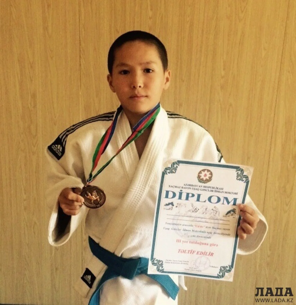 Нурсултан Манарбекулы, бронзовый призер||news_pic_more|<!--TBegin--><a href="https://img.lada.kz/2015-07/1437731335_gulnur-nurgalikyzy.jpg" onclick="return hs.expand(this)" ><img align="left" src="https://img.lada.kz/2015-07/thumbs/1437731335_gulnur-nurgalikyzy.jpg" alt='Актауские дзюдоисты вернулись из Баку с тремя медалями' title='Актауские дзюдоисты вернулись из Баку с тремя медалями'  /></a><!--TEnd-->