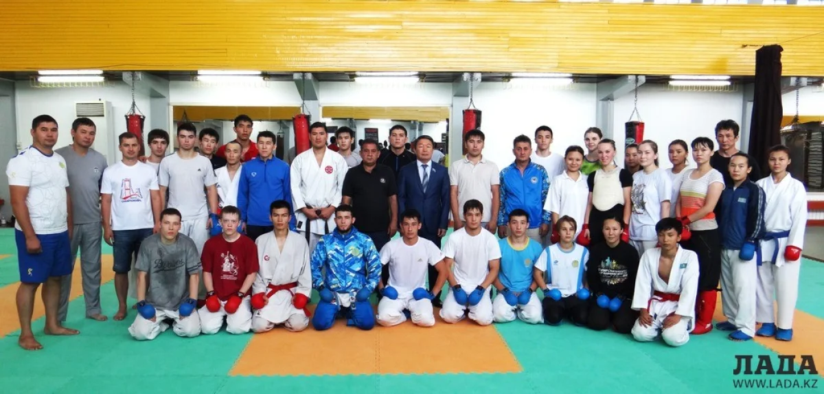 Участники республиканского сбора по карате-до