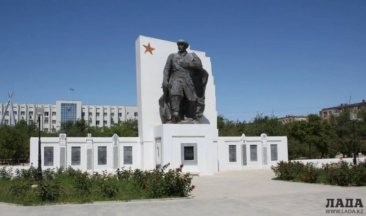 Памятник Тобаниязу Альниязулы