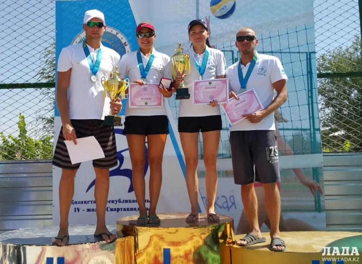 Воспитанники Актауской школы волейбола - победители соревнований. Фото предоставил Андрей Рюхов