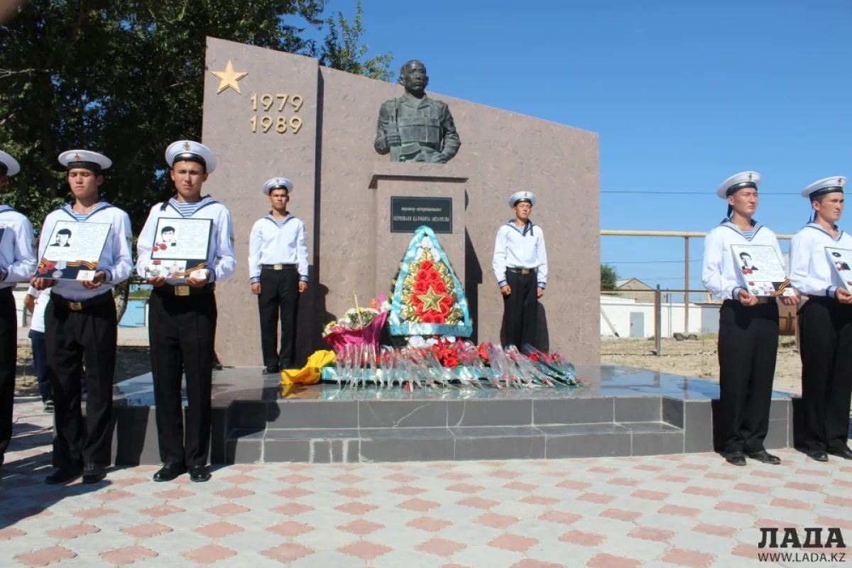 Памятник воину-интернационалисту Калмырзе Беришбаеву||news_pic_more|<!--TBegin--><a href="https://img.lada.kz/2015-08/1439025273_dop1.jpg" onclick="return hs.expand(this)" ><img src="https://img.lada.kz/2015-08/thumbs/1439025273_dop1.jpg" alt='В Баутино почтили память героя афганской войны Калмырзы Беришбаева' title='В Баутино почтили память героя афганской войны Калмырзы Беришбаева'  /></a><!--TEnd--><br /><!--TBegin--><a href="https://img.lada.kz/2015-08/1439025275_dop2.jpg" onclick="return hs.expand(this)" ><img src="https://img.lada.kz/2015-08/thumbs/1439025275_dop2.jpg" alt='В Баутино почтили память героя афганской войны Калмырзы Беришбаева' title='В Баутино почтили память героя афганской войны Калмырзы Беришбаева'  /></a><!--TEnd--><br /><!--TBegin--><a href="https://img.lada.kz/2015-08/1439025287_dop3.jpg" onclick="return hs.expand(this)" ><img src="https://img.lada.kz/2015-08/thumbs/1439025287_dop3.jpg" alt='В Баутино почтили память героя афганской войны Калмырзы Беришбаева' title='В Баутино почтили память героя афганской войны Калмырзы Беришбаева'  /></a><!--TEnd--><br /><!--TBegin--><a href="https://img.lada.kz/2015-08/1439025391_dop4.jpg" onclick="return hs.expand(this)" ><img src="https://img.lada.kz/2015-08/thumbs/1439025391_dop4.jpg" alt='В Баутино почтили память героя афганской войны Калмырзы Беришбаева' title='В Баутино почтили память героя афганской войны Калмырзы Беришбаева'  /></a><!--TEnd--><br /><!--TBegin--><a href="https://img.lada.kz/2015-08/1439025397_dop5.jpg" onclick="return hs.expand(this)" ><img src="https://img.lada.kz/2015-08/thumbs/1439025397_dop5.jpg" alt='В Баутино почтили память героя афганской войны Калмырзы Беришбаева' title='В Баутино почтили память героя афганской войны Калмырзы Беришбаева'  /></a><!--TEnd--><br /><!--TBegin--><a href="https://img.lada.kz/2015-08/1439025349_dop6.jpg" onclick="return hs.expand(this)" ><img src="https://img.lada.kz/2015-08/thumbs/1439025349_dop6.jpg" alt='В Баутино почтили память героя афганской войны Калмырзы Беришбаева' title='В Баутино почтили память героя афганской войны Калмырзы Беришбаева'  /></a><!--TEnd--><br /><!--TBegin--><a href="https://img.lada.kz/2015-08/1439025355_dop7.jpg" onclick="return hs.expand(this)" ><img src="https://img.lada.kz/2015-08/thumbs/1439025355_dop7.jpg" alt='В Баутино почтили память героя афганской войны Калмырзы Беришбаева' title='В Баутино почтили память героя афганской войны Калмырзы Беришбаева'  /></a><!--TEnd--><br /><!--TBegin--><a href="https://img.lada.kz/2015-08/1439025387_dop8.jpg" onclick="return hs.expand(this)" ><img src="https://img.lada.kz/2015-08/thumbs/1439025387_dop8.jpg" alt='В Баутино почтили память героя афганской войны Калмырзы Беришбаева' title='В Баутино почтили память героя афганской войны Калмырзы Беришбаева'  /></a><!--TEnd--><br /><!--TBegin--><a href="https://img.lada.kz/2015-08/1439025437_dop9.jpg" onclick="return hs.expand(this)" ><img src="https://img.lada.kz/2015-08/thumbs/1439025437_dop9.jpg" alt='В Баутино почтили память героя афганской войны Калмырзы Беришбаева' title='В Баутино почтили память героя афганской войны Калмырзы Беришбаева'  /></a><!--TEnd-->