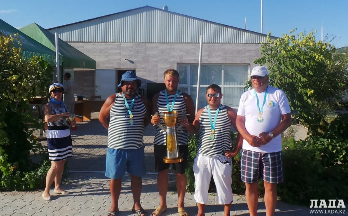 Экипаж Александра Лавринова||news_pic_more|<!--TBegin--><a href="https://img.lada.kz/2015-08/1439045701_20150809_011512.jpg" onclick="return hs.expand(this)" ><img align="left" src="https://img.lada.kz/2015-08/thumbs/1439045701_20150809_011512.jpg" alt='В Актау вручены медали победителям регаты «Золотой нактоуз»' title='В Актау вручены медали победителям регаты «Золотой нактоуз»'  /></a><!--TEnd--><br /><!--TBegin--><a href="https://img.lada.kz/2015-08/1439045700_20150809_011626.jpg" onclick="return hs.expand(this)" ><img align="left" src="https://img.lada.kz/2015-08/thumbs/1439045700_20150809_011626.jpg" alt='В Актау вручены медали победителям регаты «Золотой нактоуз»' title='В Актау вручены медали победителям регаты «Золотой нактоуз»'  /></a><!--TEnd--><br /><!--TBegin--><a href="https://img.lada.kz/2015-08/1439045723_20150809_011716.jpg" onclick="return hs.expand(this)" ><img align="left" src="https://img.lada.kz/2015-08/thumbs/1439045723_20150809_011716.jpg" alt='В Актау вручены медали победителям регаты «Золотой нактоуз»' title='В Актау вручены медали победителям регаты «Золотой нактоуз»'  /></a><!--TEnd--><br /><!--TBegin--><a href="https://img.lada.kz/2015-08/1439045685_20150809_011803.jpg" onclick="return hs.expand(this)" ><img align="left" src="https://img.lada.kz/2015-08/thumbs/1439045685_20150809_011803.jpg" alt='В Актау вручены медали победителям регаты «Золотой нактоуз»' title='В Актау вручены медали победителям регаты «Золотой нактоуз»'  /></a><!--TEnd--><br /><!--TBegin--><a href="https://img.lada.kz/2015-08/1439045701_20150809_011857.jpg" onclick="return hs.expand(this)" ><img align="left" src="https://img.lada.kz/2015-08/thumbs/1439045701_20150809_011857.jpg" alt='В Актау вручены медали победителям регаты «Золотой нактоуз»' title='В Актау вручены медали победителям регаты «Золотой нактоуз»'  /></a><!--TEnd--><br /><!--TBegin--><a href="https://img.lada.kz/2015-08/1439045746_20150809_012006.jpg" onclick="return hs.expand(this)" ><img align="left" src="https://img.lada.kz/2015-08/thumbs/1439045746_20150809_012006.jpg" alt='В Актау вручены медали победителям регаты «Золотой нактоуз»' title='В Актау вручены медали победителям регаты «Золотой нактоуз»'  /></a><!--TEnd--><br /><!--TBegin--><a href="https://img.lada.kz/2015-08/1439045697_20150809_012037.jpg" onclick="return hs.expand(this)" ><img align="left" src="https://img.lada.kz/2015-08/thumbs/1439045697_20150809_012037.jpg" alt='В Актау вручены медали победителям регаты «Золотой нактоуз»' title='В Актау вручены медали победителям регаты «Золотой нактоуз»'  /></a><!--TEnd--><br /><!--TBegin--><a href="https://img.lada.kz/2015-08/1439045731_20150809_012218.jpg" onclick="return hs.expand(this)" ><img align="left" src="https://img.lada.kz/2015-08/thumbs/1439045731_20150809_012218.jpg" alt='В Актау вручены медали победителям регаты «Золотой нактоуз»' title='В Актау вручены медали победителям регаты «Золотой нактоуз»'  /></a><!--TEnd--><br /><!--TBegin--><a href="https://img.lada.kz/2015-08/1439045684_20150809_012259.jpg" onclick="return hs.expand(this)" ><img align="left" src="https://img.lada.kz/2015-08/thumbs/1439045684_20150809_012259.jpg" alt='В Актау вручены медали победителям регаты «Золотой нактоуз»' title='В Актау вручены медали победителям регаты «Золотой нактоуз»'  /></a><!--TEnd--><br /><!--TBegin--><a href="https://img.lada.kz/2015-08/1439045698_20150809_012424.jpg" onclick="return hs.expand(this)" ><img align="left" src="https://img.lada.kz/2015-08/thumbs/1439045698_20150809_012424.jpg" alt='В Актау вручены медали победителям регаты «Золотой нактоуз»' title='В Актау вручены медали победителям регаты «Золотой нактоуз»'  /></a><!--TEnd--><br /><!--TBegin--><a href="https://img.lada.kz/2015-08/1439045711_20150809_012449.jpg" onclick="return hs.expand(this)" ><img align="left" src="https://img.lada.kz/2015-08/thumbs/1439045711_20150809_012449.jpg" alt='В Актау вручены медали победителям регаты «Золотой нактоуз»' title='В Актау вручены медали победителям регаты «Золотой нактоуз»'  /></a><!--TEnd--><br /><!--TBegin--><a href="https://img.lada.kz/2015-08/1439045746_20150809_012529.jpg" onclick="return hs.expand(this)" ><img align="left" src="https://img.lada.kz/2015-08/thumbs/1439045746_20150809_012529.jpg" alt='В Актау вручены медали победителям регаты «Золотой нактоуз»' title='В Актау вручены медали победителям регаты «Золотой нактоуз»'  /></a><!--TEnd--><br /><!--TBegin--><a href="https://img.lada.kz/2015-08/1439045740_20150809_014329.jpg" onclick="return hs.expand(this)" ><img align="left" src="https://img.lada.kz/2015-08/thumbs/1439045740_20150809_014329.jpg" alt='В Актау вручены медали победителям регаты «Золотой нактоуз»' title='В Актау вручены медали победителям регаты «Золотой нактоуз»'  /></a><!--TEnd-->