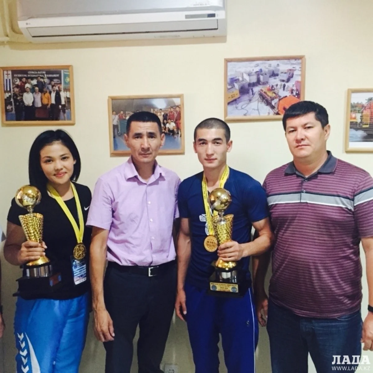 Жанар Атагуллаева, президент областной федерации кик-тайбоксинга Айткали Тулеумаганбетов, Жасулан Нежимов,  старший тренер сборной Мангистауской области Торемурат Селиков