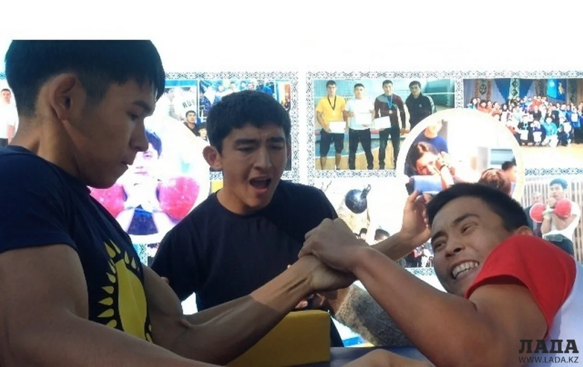 Состязания участников соревнований. Фото предоставлено Мухтаром Джумашевым