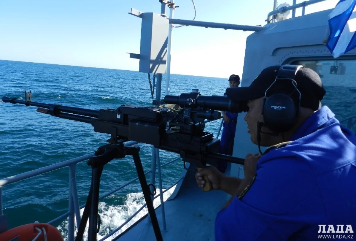 &quot;Сарыарка&quot; на соревнованиях по морскому биатлону. Фото с сайта 7news.kz