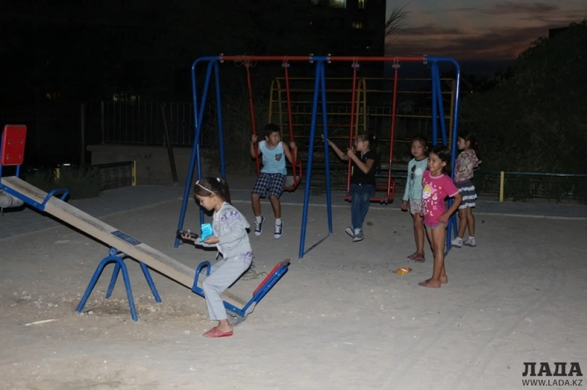 Дети на восстановленой игровой площадке в 14 микрорайоне||news_pic_more|<!--TBegin--><a href="https://img.lada.kz/2015-09/1442331654_img_5983.jpg" onclick="return hs.expand(this)" ><img align="left" src="https://img.lada.kz/2015-09/thumbs/1442331654_img_5983.jpg" alt='Детскую площадку в 14 микрорайоне Актау восстановили' title='Детскую площадку в 14 микрорайоне Актау восстановили'  /></a><!--TEnd--><br /><!--TBegin--><a href="https://img.lada.kz/2015-09/1442331645_img_5986.jpg" onclick="return hs.expand(this)" ><img align="left" src="https://img.lada.kz/2015-09/thumbs/1442331645_img_5986.jpg" alt='Детскую площадку в 14 микрорайоне Актау восстановили' title='Детскую площадку в 14 микрорайоне Актау восстановили'  /></a><!--TEnd--><br /><!--TBegin--><a href="https://img.lada.kz/2015-09/1442331939_img_5985.jpg" onclick="return hs.expand(this)" ><img align="left" src="https://img.lada.kz/2015-09/thumbs/1442331939_img_5985.jpg" alt='Детскую площадку в 14 микрорайоне Актау восстановили' title='Детскую площадку в 14 микрорайоне Актау восстановили'  /></a><!--TEnd--><br />