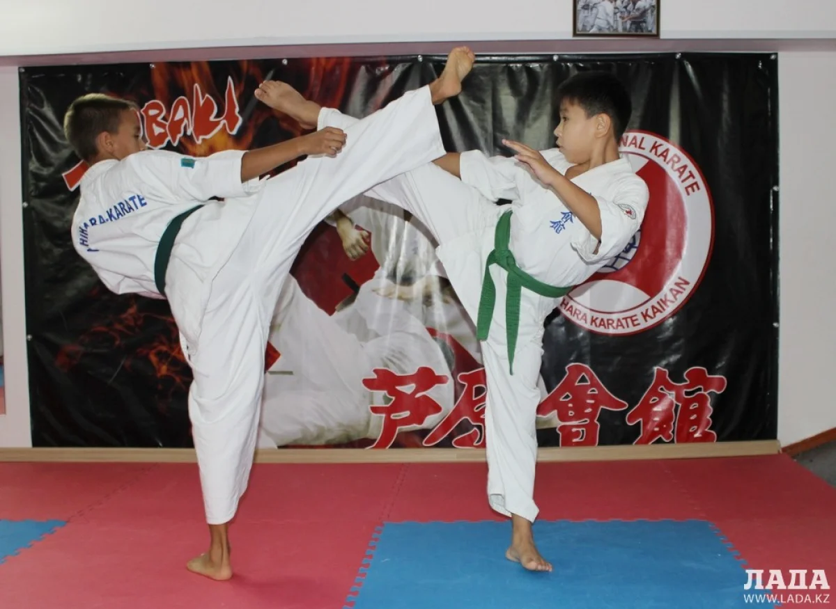 Актауские каратисты на тренировке