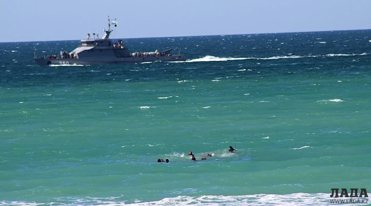 Экипаж БТРа покинул затонувшую машину||news_pic_more|<!--TBegin--><a href="https://img.lada.kz/2015-09/1442583011_izobrazhenie-313.jpg" onclick="return hs.expand(this)" ><img align="left" src="https://img.lada.kz/2015-09/thumbs/1442583011_izobrazhenie-313.jpg" alt='Четыре бронетранспортера c военнослужащими затонули на учениях в Актау' title='Четыре бронетранспортера c военнослужащими затонули на учениях в Актау'  /></a><!--TEnd--><br /><!--TBegin--><a href="https://img.lada.kz/2015-09/1442583044_img_8067.jpg" onclick="return hs.expand(this)" ><img align="left" src="https://img.lada.kz/2015-09/thumbs/1442583044_img_8067.jpg" alt='Четыре бронетранспортера c военнослужащими затонули на учениях в Актау' title='Четыре бронетранспортера c военнослужащими затонули на учениях в Актау'  /></a><!--TEnd--><br /><!--TBegin--><a href="https://img.lada.kz/2015-09/1442583077_img_8159.jpg" onclick="return hs.expand(this)" ><img align="left" src="https://img.lada.kz/2015-09/thumbs/1442583077_img_8159.jpg" alt='Четыре бронетранспортера c военнослужащими затонули на учениях в Актау' title='Четыре бронетранспортера c военнослужащими затонули на учениях в Актау'  /></a><!--TEnd--><br /><!--TBegin--><a href="https://img.lada.kz/2015-09/1442583092_img_8171.jpg" onclick="return hs.expand(this)" ><img align="left" src="https://img.lada.kz/2015-09/thumbs/1442583092_img_8171.jpg" alt='Четыре бронетранспортера c военнослужащими затонули на учениях в Актау' title='Четыре бронетранспортера c военнослужащими затонули на учениях в Актау'  /></a><!--TEnd--><br /><!--TBegin--><a href="https://img.lada.kz/2015-09/1442583035_img_8174.jpg" onclick="return hs.expand(this)" ><img align="left" src="https://img.lada.kz/2015-09/thumbs/1442583035_img_8174.jpg" alt='Четыре бронетранспортера c военнослужащими затонули на учениях в Актау' title='Четыре бронетранспортера c военнослужащими затонули на учениях в Актау'  /></a><!--TEnd--><br /><!--TBegin--><a href="https://img.lada.kz/2015-09/1442583059_img_8177.jpg" onclick="return hs.expand(this)" ><img align="left" src="https://img.lada.kz/2015-09/thumbs/1442583059_img_8177.jpg" alt='Четыре бронетранспортера c военнослужащими затонули на учениях в Актау' title='Четыре бронетранспортера c военнослужащими затонули на учениях в Актау'  /></a><!--TEnd--><br /><!--TBegin--><a href="https://img.lada.kz/2015-09/1442583021_img_8180f.jpg" onclick="return hs.expand(this)" ><img align="left" src="https://img.lada.kz/2015-09/thumbs/1442583021_img_8180f.jpg" alt='Четыре бронетранспортера c военнослужащими затонули на учениях в Актау' title='Четыре бронетранспортера c военнослужащими затонули на учениях в Актау'  /></a><!--TEnd--><br /><!--TBegin--><a href="https://img.lada.kz/2015-09/1442583062_img_8181.jpg" onclick="return hs.expand(this)" ><img align="left" src="https://img.lada.kz/2015-09/thumbs/1442583062_img_8181.jpg" alt='Четыре бронетранспортера c военнослужащими затонули на учениях в Актау' title='Четыре бронетранспортера c военнослужащими затонули на учениях в Актау'  /></a><!--TEnd--><br /><!--TBegin--><a href="https://img.lada.kz/2015-09/1442583106_img_8182.jpg" onclick="return hs.expand(this)" ><img align="left" src="https://img.lada.kz/2015-09/thumbs/1442583106_img_8182.jpg" alt='Четыре бронетранспортера c военнослужащими затонули на учениях в Актау' title='Четыре бронетранспортера c военнослужащими затонули на учениях в Актау'  /></a><!--TEnd--><br /><!--TBegin--><a href="https://img.lada.kz/2015-09/1442583107_img_8184.jpg" onclick="return hs.expand(this)" ><img align="left" src="https://img.lada.kz/2015-09/thumbs/1442583107_img_8184.jpg" alt='Четыре бронетранспортера c военнослужащими затонули на учениях в Актау' title='Четыре бронетранспортера c военнослужащими затонули на учениях в Актау'  /></a><!--TEnd--><br /><!--TBegin--><a href="https://img.lada.kz/2015-09/1442583036_img_8190.jpg" onclick="return hs.expand(this)" ><img align="left" src="https://img.lada.kz/2015-09/thumbs/1442583036_img_8190.jpg" alt='Четыре бронетранспортера c военнослужащими затонули на учениях в Актау' title='Четыре бронетранспортера c военнослужащими затонули на учениях в Актау'  /></a><!--TEnd--><br /><!--TBegin--><a href="https://img.lada.kz/2015-09/1442583029_img_8200.jpg" onclick="return hs.expand(this)" ><img align="left" src="https://img.lada.kz/2015-09/thumbs/1442583029_img_8200.jpg" alt='Четыре бронетранспортера c военнослужащими затонули на учениях в Актау' title='Четыре бронетранспортера c военнослужащими затонули на учениях в Актау'  /></a><!--TEnd--><br /><!--TBegin--><a href="https://img.lada.kz/2015-09/1442583048_img_8201.jpg" onclick="return hs.expand(this)" ><img align="left" src="https://img.lada.kz/2015-09/thumbs/1442583048_img_8201.jpg" alt='Четыре бронетранспортера c военнослужащими затонули на учениях в Актау' title='Четыре бронетранспортера c военнослужащими затонули на учениях в Актау'  /></a><!--TEnd--><br /><!--TBegin--><a href="https://img.lada.kz/2015-09/1442583056_izobrazhenie-289.jpg" onclick="return hs.expand(this)" ><img align="left" src="https://img.lada.kz/2015-09/thumbs/1442583056_izobrazhenie-289.jpg" alt='Четыре бронетранспортера c военнослужащими затонули на учениях в Актау' title='Четыре бронетранспортера c военнослужащими затонули на учениях в Актау'  /></a><!--TEnd--><br /><!--TBegin--><a href="https://img.lada.kz/2015-09/1442583035_izobrazhenie-301.jpg" onclick="return hs.expand(this)" ><img align="left" src="https://img.lada.kz/2015-09/thumbs/1442583035_izobrazhenie-301.jpg" alt='Четыре бронетранспортера c военнослужащими затонули на учениях в Актау' title='Четыре бронетранспортера c военнослужащими затонули на учениях в Актау'  /></a><!--TEnd--><br /><!--TBegin--><a href="https://img.lada.kz/2015-09/1442583073_izobrazhenie-302.jpg" onclick="return hs.expand(this)" ><img align="left" src="https://img.lada.kz/2015-09/thumbs/1442583073_izobrazhenie-302.jpg" alt='Четыре бронетранспортера c военнослужащими затонули на учениях в Актау' title='Четыре бронетранспортера c военнослужащими затонули на учениях в Актау'  /></a><!--TEnd--><br /><!--TBegin--><a href="https://img.lada.kz/2015-09/1442583053_izobrazhenie-303.jpg" onclick="return hs.expand(this)" ><img align="left" src="https://img.lada.kz/2015-09/thumbs/1442583053_izobrazhenie-303.jpg" alt='Четыре бронетранспортера c военнослужащими затонули на учениях в Актау' title='Четыре бронетранспортера c военнослужащими затонули на учениях в Актау'  /></a><!--TEnd-->