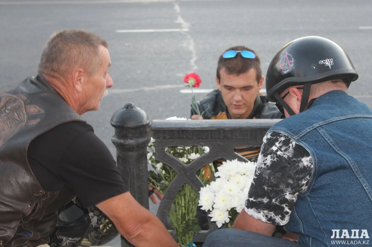 Возложение цветов к месту гибели||news_pic_more|<!--TBegin--><a href="https://img.lada.kz/2015-09/1442650508_img_8203.jpg" onclick="return hs.expand(this)" ><img align="left" src="https://img.lada.kz/2015-09/thumbs/1442650508_img_8203.jpg" alt='Мотоциклисты Актау почтили память погибших товарищей' title='Мотоциклисты Актау почтили память погибших товарищей'  /></a><!--TEnd--><br /><!--TBegin--><a href="https://img.lada.kz/2015-09/1442650427_img_8204.jpg" onclick="return hs.expand(this)" ><img align="left" src="https://img.lada.kz/2015-09/thumbs/1442650427_img_8204.jpg" alt='Мотоциклисты Актау почтили память погибших товарищей' title='Мотоциклисты Актау почтили память погибших товарищей'  /></a><!--TEnd--><br /><!--TBegin--><a href="https://img.lada.kz/2015-09/1442650505_img_8205.jpg" onclick="return hs.expand(this)" ><img align="left" src="https://img.lada.kz/2015-09/thumbs/1442650505_img_8205.jpg" alt='Мотоциклисты Актау почтили память погибших товарищей' title='Мотоциклисты Актау почтили память погибших товарищей'  /></a><!--TEnd--><br /><!--TBegin--><a href="https://img.lada.kz/2015-09/1442650484_img_8207.jpg" onclick="return hs.expand(this)" ><img align="left" src="https://img.lada.kz/2015-09/thumbs/1442650484_img_8207.jpg" alt='Мотоциклисты Актау почтили память погибших товарищей' title='Мотоциклисты Актау почтили память погибших товарищей'  /></a><!--TEnd--><br /><!--TBegin--><a href="https://img.lada.kz/2015-09/1442650518_img_8210.jpg" onclick="return hs.expand(this)" ><img align="left" src="https://img.lada.kz/2015-09/thumbs/1442650518_img_8210.jpg" alt='Мотоциклисты Актау почтили память погибших товарищей' title='Мотоциклисты Актау почтили память погибших товарищей'  /></a><!--TEnd--><br /><!--TBegin--><a href="https://img.lada.kz/2015-09/1442650512_img_8215.jpg" onclick="return hs.expand(this)" ><img align="left" src="https://img.lada.kz/2015-09/thumbs/1442650512_img_8215.jpg" alt='Мотоциклисты Актау почтили память погибших товарищей' title='Мотоциклисты Актау почтили память погибших товарищей'  /></a><!--TEnd--><br /><!--TBegin--><a href="https://img.lada.kz/2015-09/1442650508_img_8217.jpg" onclick="return hs.expand(this)" ><img align="left" src="https://img.lada.kz/2015-09/thumbs/1442650508_img_8217.jpg" alt='Мотоциклисты Актау почтили память погибших товарищей' title='Мотоциклисты Актау почтили память погибших товарищей'  /></a><!--TEnd--><br /><!--TBegin--><a href="https://img.lada.kz/2015-09/1442650443_img_8221.jpg" onclick="return hs.expand(this)" ><img align="left" src="https://img.lada.kz/2015-09/thumbs/1442650443_img_8221.jpg" alt='Мотоциклисты Актау почтили память погибших товарищей' title='Мотоциклисты Актау почтили память погибших товарищей'  /></a><!--TEnd--><br /><!--TBegin--><a href="https://img.lada.kz/2015-09/1442650518_img_8241.jpg" onclick="return hs.expand(this)" ><img align="left" src="https://img.lada.kz/2015-09/thumbs/1442650518_img_8241.jpg" alt='Мотоциклисты Актау почтили память погибших товарищей' title='Мотоциклисты Актау почтили память погибших товарищей'  /></a><!--TEnd--><br /><!--TBegin--><a href="https://img.lada.kz/2015-09/1442650509_jows_kzhj6g.jpg" onclick="return hs.expand(this)" ><img align="left" src="https://img.lada.kz/2015-09/thumbs/1442650509_jows_kzhj6g.jpg" alt='Мотоциклисты Актау почтили память погибших товарищей' title='Мотоциклисты Актау почтили память погибших товарищей'  /></a><!--TEnd--><br /><!--TBegin--><a href="https://img.lada.kz/2015-09/1442650523_pw3wdkkite8.jpg" onclick="return hs.expand(this)" ><img align="left" src="https://img.lada.kz/2015-09/thumbs/1442650523_pw3wdkkite8.jpg" alt='Мотоциклисты Актау почтили память погибших товарищей' title='Мотоциклисты Актау почтили память погибших товарищей'  /></a><!--TEnd-->