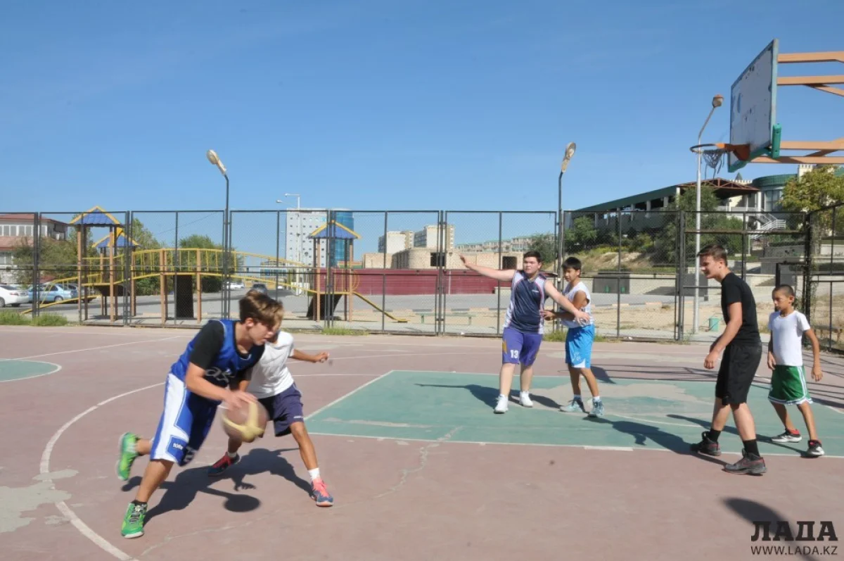Напряженная игра. Фото автора||news_pic_more|<!--TBegin--><a href="https://img.lada.kz/2015-09/1442657758_1.jpg" onclick="return hs.expand(this)" ><img src="https://img.lada.kz/2015-09/thumbs/1442657758_1.jpg" alt='В Актау в рамках Дня города стартовал открытый турнир по стритболу 3х3' title='В Актау в рамках Дня города стартовал открытый турнир по стритболу 3х3'  /></a><!--TEnd--><br /><!--TBegin--><a href="https://img.lada.kz/2015-09/1442657836_2.jpg" onclick="return hs.expand(this)" ><img src="https://img.lada.kz/2015-09/thumbs/1442657836_2.jpg" alt='В Актау в рамках Дня города стартовал открытый турнир по стритболу 3х3' title='В Актау в рамках Дня города стартовал открытый турнир по стритболу 3х3'  /></a><!--TEnd--><br /><!--TBegin--><a href="https://img.lada.kz/2015-09/1442657779_3.jpg" onclick="return hs.expand(this)" ><img src="https://img.lada.kz/2015-09/thumbs/1442657779_3.jpg" alt='В Актау в рамках Дня города стартовал открытый турнир по стритболу 3х3' title='В Актау в рамках Дня города стартовал открытый турнир по стритболу 3х3'  /></a><!--TEnd--><br /><!--TBegin--><a href="https://img.lada.kz/2015-09/1442657817_4.jpg" onclick="return hs.expand(this)" ><img src="https://img.lada.kz/2015-09/thumbs/1442657817_4.jpg" alt='В Актау в рамках Дня города стартовал открытый турнир по стритболу 3х3' title='В Актау в рамках Дня города стартовал открытый турнир по стритболу 3х3'  /></a><!--TEnd--><br /><!--TBegin--><a href="https://img.lada.kz/2015-09/1442657791_5.jpg" onclick="return hs.expand(this)" ><img src="https://img.lada.kz/2015-09/thumbs/1442657791_5.jpg" alt='В Актау в рамках Дня города стартовал открытый турнир по стритболу 3х3' title='В Актау в рамках Дня города стартовал открытый турнир по стритболу 3х3'  /></a><!--TEnd--><br /><!--TBegin--><a href="https://img.lada.kz/2015-09/1442657816_6.jpg" onclick="return hs.expand(this)" ><img src="https://img.lada.kz/2015-09/thumbs/1442657816_6.jpg" alt='В Актау в рамках Дня города стартовал открытый турнир по стритболу 3х3' title='В Актау в рамках Дня города стартовал открытый турнир по стритболу 3х3'  /></a><!--TEnd--><br /><!--dle_image_begin:https://img.lada.kz/2015-09/1442661060_7.jpg&#124;--><img src="https://img.lada.kz/2015-09/1442661060_7.jpg" alt="В Актау в рамках Дня города стартовал открытый турнир по стритболу 3х3" title="В Актау в рамках Дня города стартовал открытый турнир по стритболу 3х3"  /><!--dle_image_end--><br /><!--TBegin--><a href="https://img.lada.kz/2015-09/1442661874_10.jpg" onclick="return hs.expand(this)" ><img src="https://img.lada.kz/2015-09/thumbs/1442661874_10.jpg" alt='В Актау в рамках Дня города стартовал открытый турнир по стритболу 3х3' title='В Актау в рамках Дня города стартовал открытый турнир по стритболу 3х3'  /></a><!--TEnd--><br /><!--TBegin--><a href="https://img.lada.kz/2015-09/1442661822_11.jpg" onclick="return hs.expand(this)" ><img src="https://img.lada.kz/2015-09/thumbs/1442661822_11.jpg" alt='В Актау в рамках Дня города стартовал открытый турнир по стритболу 3х3' title='В Актау в рамках Дня города стартовал открытый турнир по стритболу 3х3'  /></a><!--TEnd--><br /><!--TBegin--><a href="https://img.lada.kz/2015-09/1442661873_12.jpg" onclick="return hs.expand(this)" ><img src="https://img.lada.kz/2015-09/thumbs/1442661873_12.jpg" alt='В Актау в рамках Дня города стартовал открытый турнир по стритболу 3х3' title='В Актау в рамках Дня города стартовал открытый турнир по стритболу 3х3'  /></a><!--TEnd--><br /><!--TBegin--><a href="https://img.lada.kz/2015-09/1442661804_14.jpg" onclick="return hs.expand(this)" ><img src="https://img.lada.kz/2015-09/thumbs/1442661804_14.jpg" alt='В Актау в рамках Дня города стартовал открытый турнир по стритболу 3х3' title='В Актау в рамках Дня города стартовал открытый турнир по стритболу 3х3'  /></a><!--TEnd--><br /><!--TBegin--><a href="https://img.lada.kz/2015-09/1442661844_15.jpg" onclick="return hs.expand(this)" ><img src="https://img.lada.kz/2015-09/thumbs/1442661844_15.jpg" alt='В Актау в рамках Дня города стартовал открытый турнир по стритболу 3х3' title='В Актау в рамках Дня города стартовал открытый турнир по стритболу 3х3'  /></a><!--TEnd--><br /><!--TBegin--><a href="https://img.lada.kz/2015-09/1442661816_16.jpg" onclick="return hs.expand(this)" ><img src="https://img.lada.kz/2015-09/thumbs/1442661816_16.jpg" alt='В Актау в рамках Дня города стартовал открытый турнир по стритболу 3х3' title='В Актау в рамках Дня города стартовал открытый турнир по стритболу 3х3'  /></a><!--TEnd--><br /><!--TBegin--><a href="https://img.lada.kz/2015-09/1442661881_17.jpg" onclick="return hs.expand(this)" ><img src="https://img.lada.kz/2015-09/thumbs/1442661881_17.jpg" alt='В Актау в рамках Дня города стартовал открытый турнир по стритболу 3х3' title='В Актау в рамках Дня города стартовал открытый турнир по стритболу 3х3'  /></a><!--TEnd--><br /><!--TBegin--><a href="https://img.lada.kz/2015-09/1442661890_18.jpg" onclick="return hs.expand(this)" ><img src="https://img.lada.kz/2015-09/thumbs/1442661890_18.jpg" alt='В Актау в рамках Дня города стартовал открытый турнир по стритболу 3х3' title='В Актау в рамках Дня города стартовал открытый турнир по стритболу 3х3'  /></a><!--TEnd--><br /><!--TBegin--><a href="https://img.lada.kz/2015-09/1442661837_20.jpg" onclick="return hs.expand(this)" ><img src="https://img.lada.kz/2015-09/thumbs/1442661837_20.jpg" alt='В Актау в рамках Дня города стартовал открытый турнир по стритболу 3х3' title='В Актау в рамках Дня города стартовал открытый турнир по стритболу 3х3'  /></a><!--TEnd--><br /><!--TBegin--><a href="https://img.lada.kz/2015-09/1442661841_na-glavnuyu.jpg" onclick="return hs.expand(this)" ><img src="https://img.lada.kz/2015-09/thumbs/1442661841_na-glavnuyu.jpg" alt='В Актау в рамках Дня города стартовал открытый турнир по стритболу 3х3' title='В Актау в рамках Дня города стартовал открытый турнир по стритболу 3х3'  /></a><!--TEnd--><br /><!--TBegin--><a href="https://img.lada.kz/2015-09/1442661874_sayt-tochno.jpg" onclick="return hs.expand(this)" ><img src="https://img.lada.kz/2015-09/thumbs/1442661874_sayt-tochno.jpg" alt='В Актау в рамках Дня города стартовал открытый турнир по стритболу 3х3' title='В Актау в рамках Дня города стартовал открытый турнир по стритболу 3х3'  /></a><!--TEnd--><br /><!--TBegin--><a href="https://img.lada.kz/2015-09/1442661851_sayt.jpg" onclick="return hs.expand(this)" ><img src="https://img.lada.kz/2015-09/thumbs/1442661851_sayt.jpg" alt='В Актау в рамках Дня города стартовал открытый турнир по стритболу 3х3' title='В Актау в рамках Дня города стартовал открытый турнир по стритболу 3х3'  /></a><!--TEnd-->