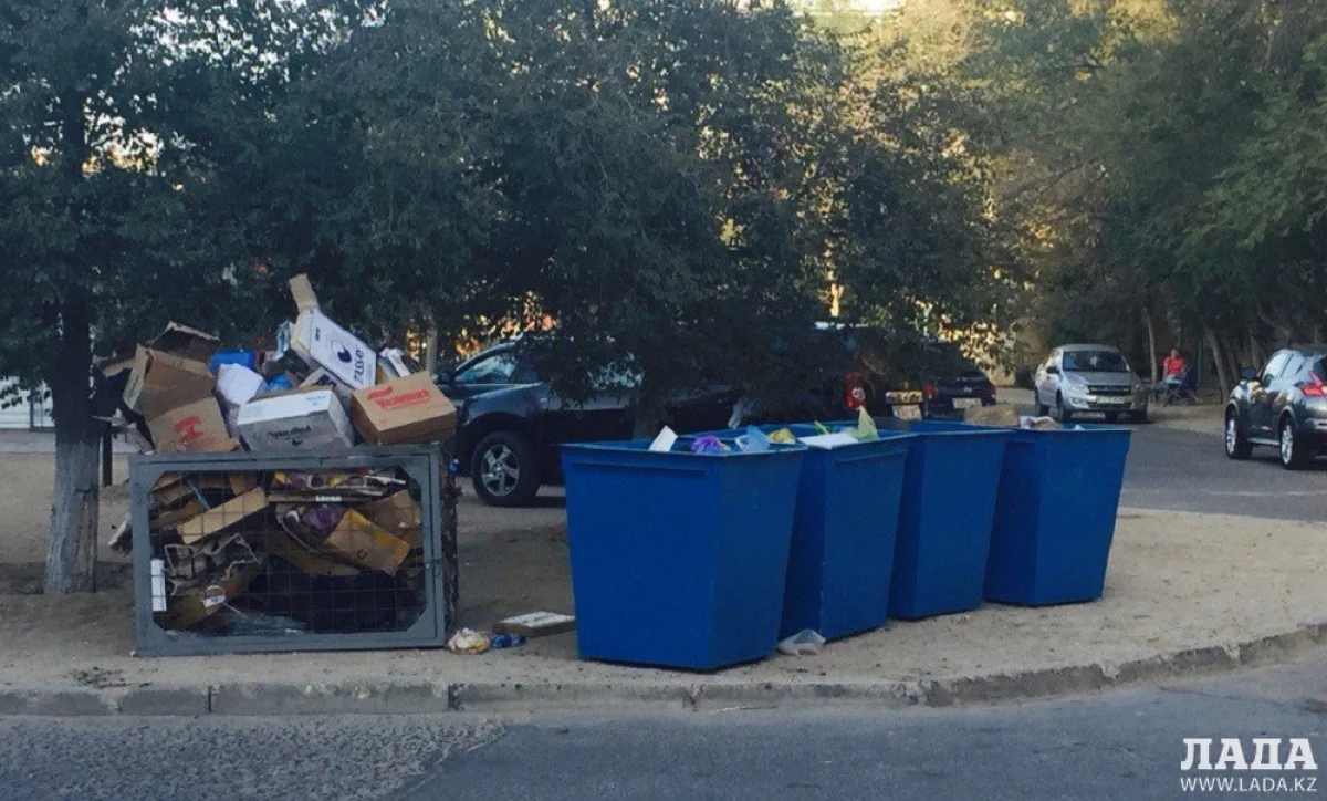 Установка новых контейнеров в Актау