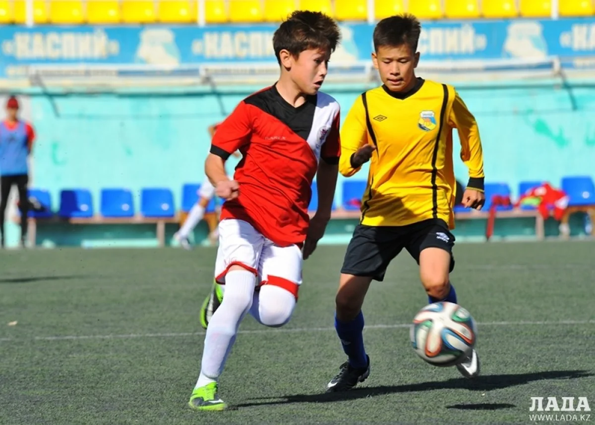 Фото предоставлено пресс-службой ФК «Каспий»||news_pic_more|<!--TBegin--><a href="https://img.lada.kz/2015-09/1443260444_1.jpg" onclick="return hs.expand(this)" ><img src="https://img.lada.kz/2015-09/thumbs/1443260444_1.jpg" alt='В Актау завершился полуфинальный этап детско-юношеского Первенства РК по футболу' title='В Актау завершился полуфинальный этап детско-юношеского Первенства РК по футболу'  /></a><!--TEnd--><br /><!--TBegin--><a href="https://img.lada.kz/2015-09/1443260464_2.jpg" onclick="return hs.expand(this)" ><img src="https://img.lada.kz/2015-09/thumbs/1443260464_2.jpg" alt='В Актау завершился полуфинальный этап детско-юношеского Первенства РК по футболу' title='В Актау завершился полуфинальный этап детско-юношеского Первенства РК по футболу'  /></a><!--TEnd--><br /><!--TBegin--><a href="https://img.lada.kz/2015-09/1443260474_3.jpg" onclick="return hs.expand(this)" ><img src="https://img.lada.kz/2015-09/thumbs/1443260474_3.jpg" alt='В Актау завершился полуфинальный этап детско-юношеского Первенства РК по футболу' title='В Актау завершился полуфинальный этап детско-юношеского Первенства РК по футболу'  /></a><!--TEnd--><br /><!--TBegin--><a href="https://img.lada.kz/2015-09/1443260403_5.jpg" onclick="return hs.expand(this)" ><img src="https://img.lada.kz/2015-09/thumbs/1443260403_5.jpg" alt='В Актау завершился полуфинальный этап детско-юношеского Первенства РК по футболу' title='В Актау завершился полуфинальный этап детско-юношеского Первенства РК по футболу'  /></a><!--TEnd--><br /><!--TBegin--><a href="https://img.lada.kz/2015-09/1443260448_6.jpg" onclick="return hs.expand(this)" ><img src="https://img.lada.kz/2015-09/thumbs/1443260448_6.jpg" alt='В Актау завершился полуфинальный этап детско-юношеского Первенства РК по футболу' title='В Актау завершился полуфинальный этап детско-юношеского Первенства РК по футболу'  /></a><!--TEnd--><br /><!--TBegin--><a href="https://img.lada.kz/2015-09/1443260457_7.jpg" onclick="return hs.expand(this)" ><img src="https://img.lada.kz/2015-09/thumbs/1443260457_7.jpg" alt='В Актау завершился полуфинальный этап детско-юношеского Первенства РК по футболу' title='В Актау завершился полуфинальный этап детско-юношеского Первенства РК по футболу'  /></a><!--TEnd--><br /><!--TBegin--><a href="https://img.lada.kz/2015-09/1443260499_8.jpg" onclick="return hs.expand(this)" ><img src="https://img.lada.kz/2015-09/thumbs/1443260499_8.jpg" alt='В Актау завершился полуфинальный этап детско-юношеского Первенства РК по футболу' title='В Актау завершился полуфинальный этап детско-юношеского Первенства РК по футболу'  /></a><!--TEnd--><br /><!--TBegin--><a href="https://img.lada.kz/2015-09/1443260479_o.jpg" onclick="return hs.expand(this)" ><img src="https://img.lada.kz/2015-09/thumbs/1443260479_o.jpg" alt='В Актау завершился полуфинальный этап детско-юношеского Первенства РК по футболу' title='В Актау завершился полуфинальный этап детско-юношеского Первенства РК по футболу'  /></a><!--TEnd-->