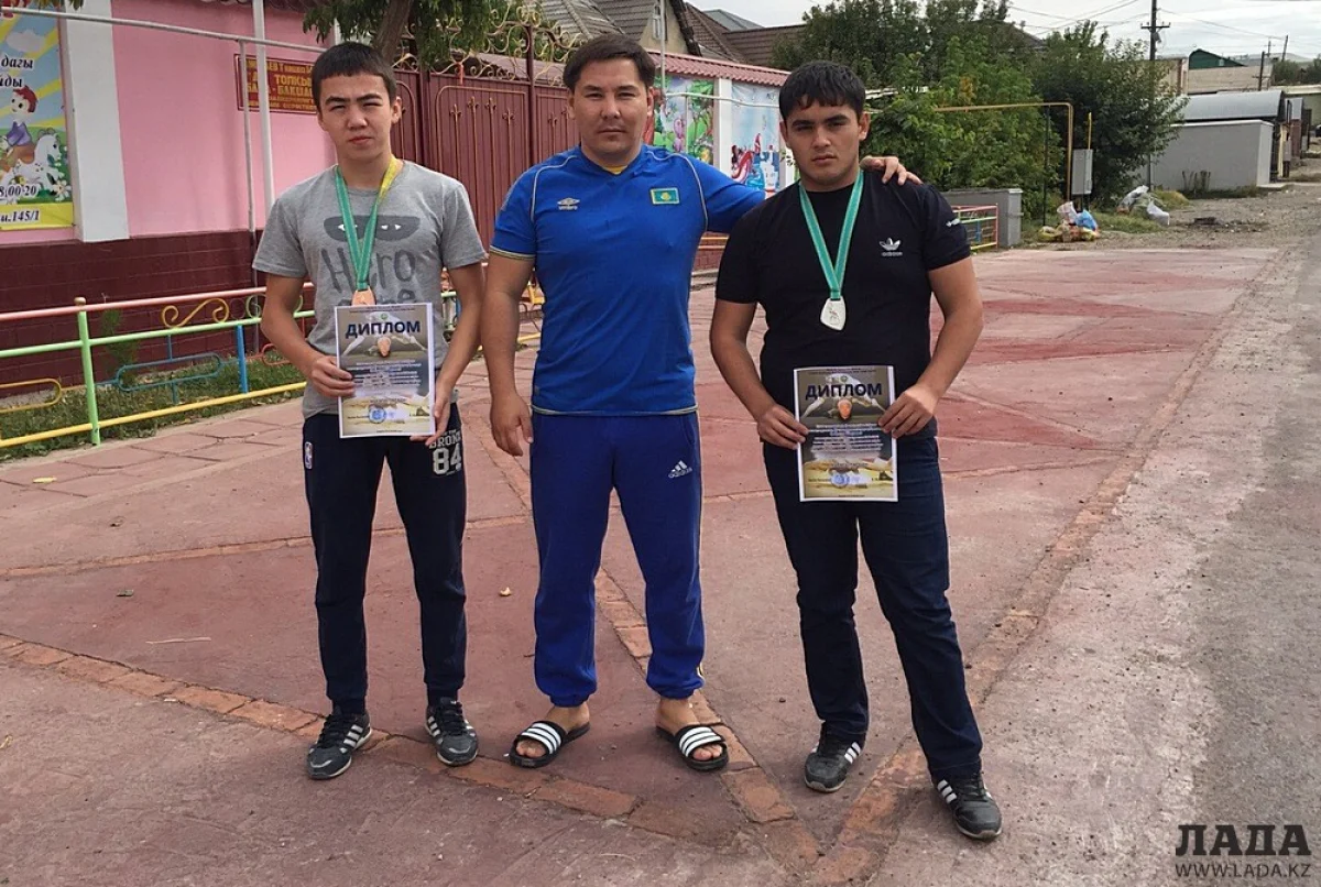 Призеры турнира. Фото предоставлено МОС ДЮШОР