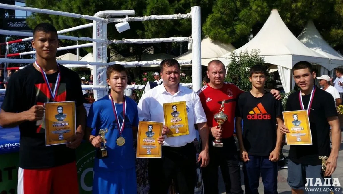 Победители международного турнира. Фото предоставлено пресс-службой Федерации бокса Мангистауской области