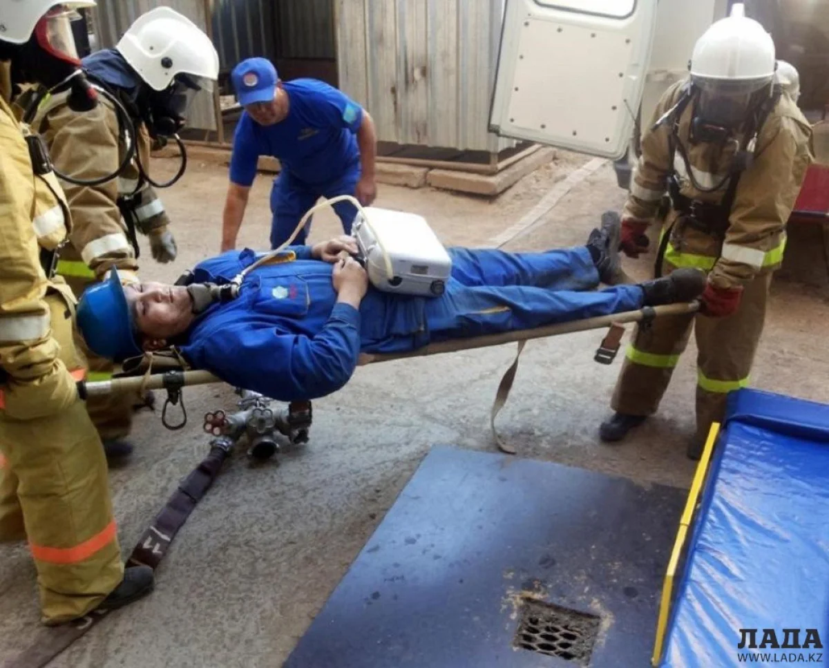 Спасение пострадавшего. Фото Рукии Сычевой