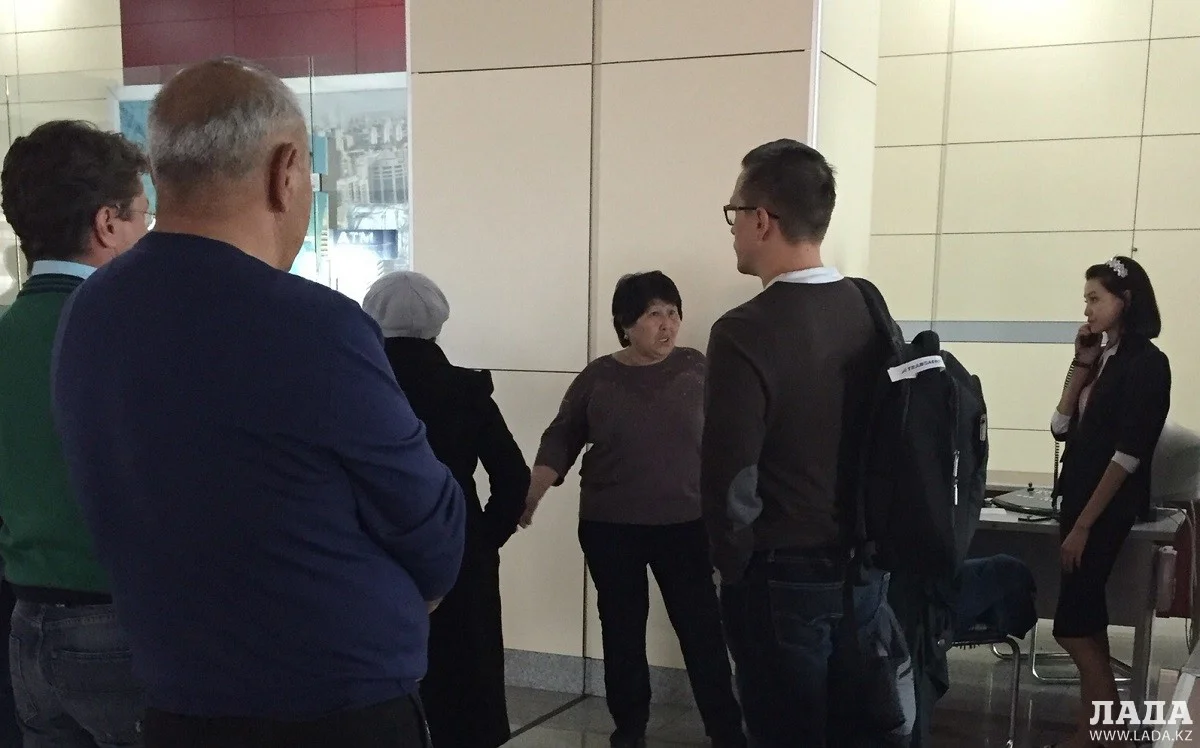 Пассажиры в аэропорту Актау. Фото Жанны Сагидуллакызы