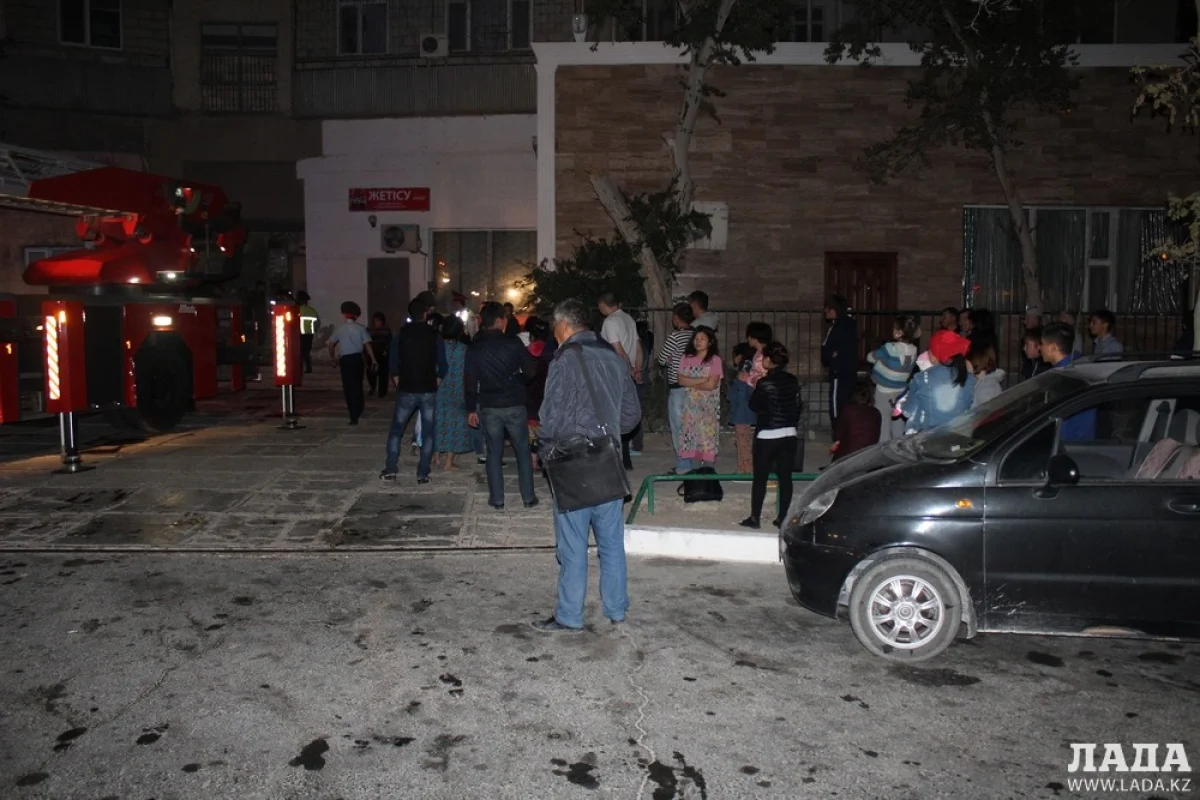 Эвакуированные жильцы. Фото автора