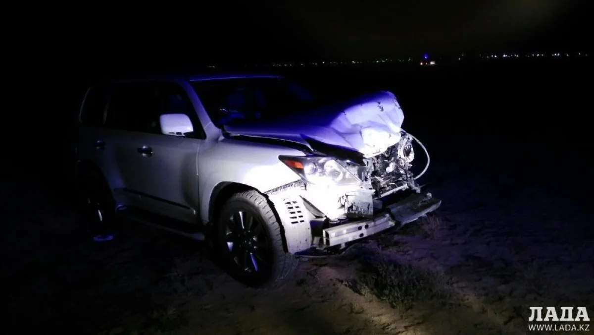 Попавший в аварию «Лексус-570». Фото пользователя сайта