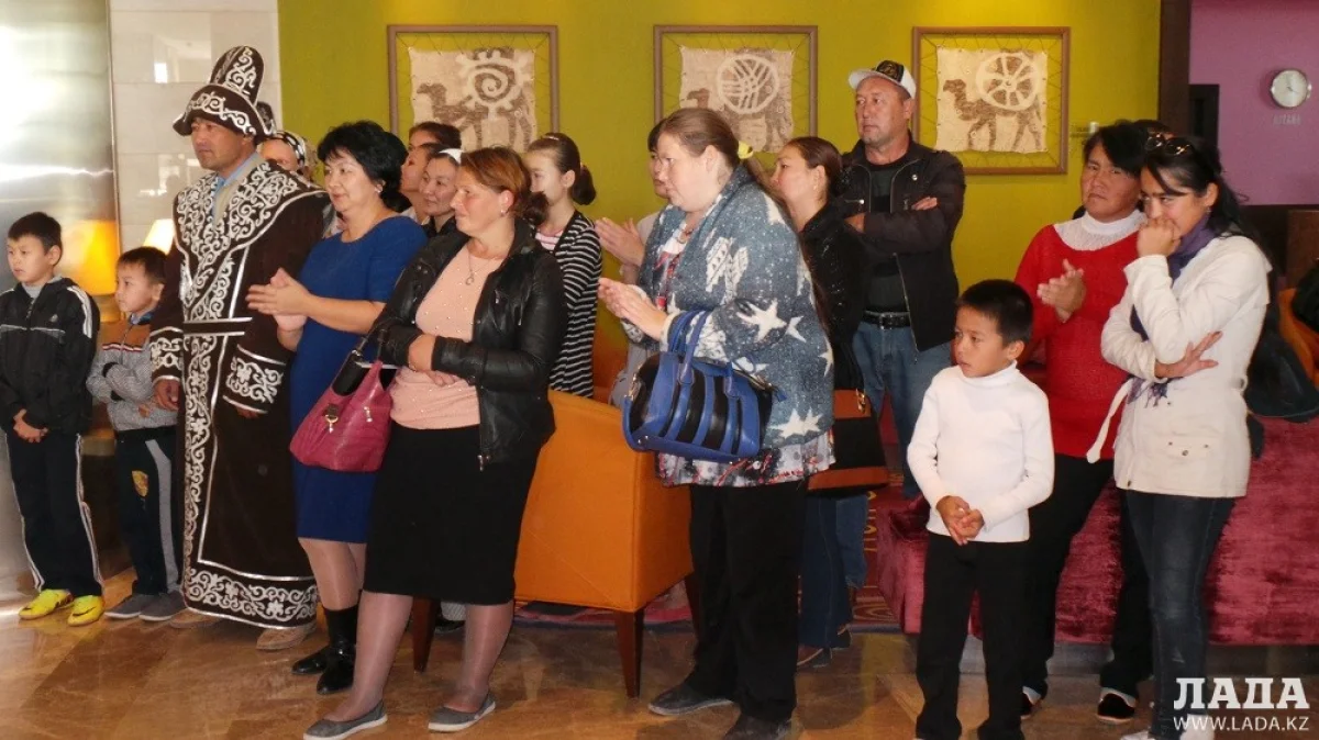 Многодетные семьи на вручении теплых вещей||news_pic_more|<!--TBegin--><a href="https://img.lada.kz/2015-10/1444628983_20151010_214045.jpg" onclick="return hs.expand(this)" ><img align="left" src="https://img.lada.kz/2015-10/thumbs/1444628983_20151010_214045.jpg" alt='Теплые вещи для многодетных семей собрали жители и предприниматели Актау' title='Теплые вещи для многодетных семей собрали жители и предприниматели Актау'  /></a><!--TEnd--><br /><!--TBegin--><a href="https://img.lada.kz/2015-10/1444628948_20151010_214101.jpg" onclick="return hs.expand(this)" ><img align="left" src="https://img.lada.kz/2015-10/thumbs/1444628948_20151010_214101.jpg" alt='Теплые вещи для многодетных семей собрали жители и предприниматели Актау' title='Теплые вещи для многодетных семей собрали жители и предприниматели Актау'  /></a><!--TEnd--><br /><!--TBegin--><a href="https://img.lada.kz/2015-10/1444628959_20151010_214645.jpg" onclick="return hs.expand(this)" ><img align="left" src="https://img.lada.kz/2015-10/thumbs/1444628959_20151010_214645.jpg" alt='Теплые вещи для многодетных семей собрали жители и предприниматели Актау' title='Теплые вещи для многодетных семей собрали жители и предприниматели Актау'  /></a><!--TEnd--><br /><!--TBegin--><a href="https://img.lada.kz/2015-10/1444628910_20151010_215533.jpg" onclick="return hs.expand(this)" ><img align="left" src="https://img.lada.kz/2015-10/thumbs/1444628910_20151010_215533.jpg" alt='Теплые вещи для многодетных семей собрали жители и предприниматели Актау' title='Теплые вещи для многодетных семей собрали жители и предприниматели Актау'  /></a><!--TEnd--><br /><!--TBegin--><a href="https://img.lada.kz/2015-10/1444628968_20151010_215744.jpg" onclick="return hs.expand(this)" ><img align="left" src="https://img.lada.kz/2015-10/thumbs/1444628968_20151010_215744.jpg" alt='Теплые вещи для многодетных семей собрали жители и предприниматели Актау' title='Теплые вещи для многодетных семей собрали жители и предприниматели Актау'  /></a><!--TEnd--><br /><!--TBegin--><a href="https://img.lada.kz/2015-10/1444628926_20151010_215815.jpg" onclick="return hs.expand(this)" ><img align="left" src="https://img.lada.kz/2015-10/thumbs/1444628926_20151010_215815.jpg" alt='Теплые вещи для многодетных семей собрали жители и предприниматели Актау' title='Теплые вещи для многодетных семей собрали жители и предприниматели Актау'  /></a><!--TEnd--><br /><!--TBegin--><a href="https://img.lada.kz/2015-10/1444628972_20151010_215927.jpg" onclick="return hs.expand(this)" ><img align="left" src="https://img.lada.kz/2015-10/thumbs/1444628972_20151010_215927.jpg" alt='Теплые вещи для многодетных семей собрали жители и предприниматели Актау' title='Теплые вещи для многодетных семей собрали жители и предприниматели Актау'  /></a><!--TEnd--><br /><!--TBegin--><a href="https://img.lada.kz/2015-10/1444628908_20151010_220101.jpg" onclick="return hs.expand(this)" ><img align="left" src="https://img.lada.kz/2015-10/thumbs/1444628908_20151010_220101.jpg" alt='Теплые вещи для многодетных семей собрали жители и предприниматели Актау' title='Теплые вещи для многодетных семей собрали жители и предприниматели Актау'  /></a><!--TEnd--><br /><!--TBegin--><a href="https://img.lada.kz/2015-10/1444628950_20151010_220934.jpg" onclick="return hs.expand(this)" ><img align="left" src="https://img.lada.kz/2015-10/thumbs/1444628950_20151010_220934.jpg" alt='Теплые вещи для многодетных семей собрали жители и предприниматели Актау' title='Теплые вещи для многодетных семей собрали жители и предприниматели Актау'  /></a><!--TEnd-->