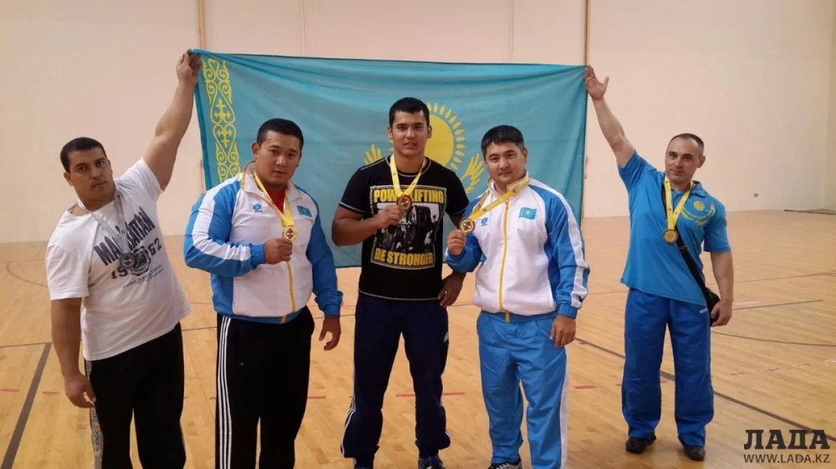 Победители чемпионата Азии по жиму лежа. Фото предоставлено участниками соревнований.