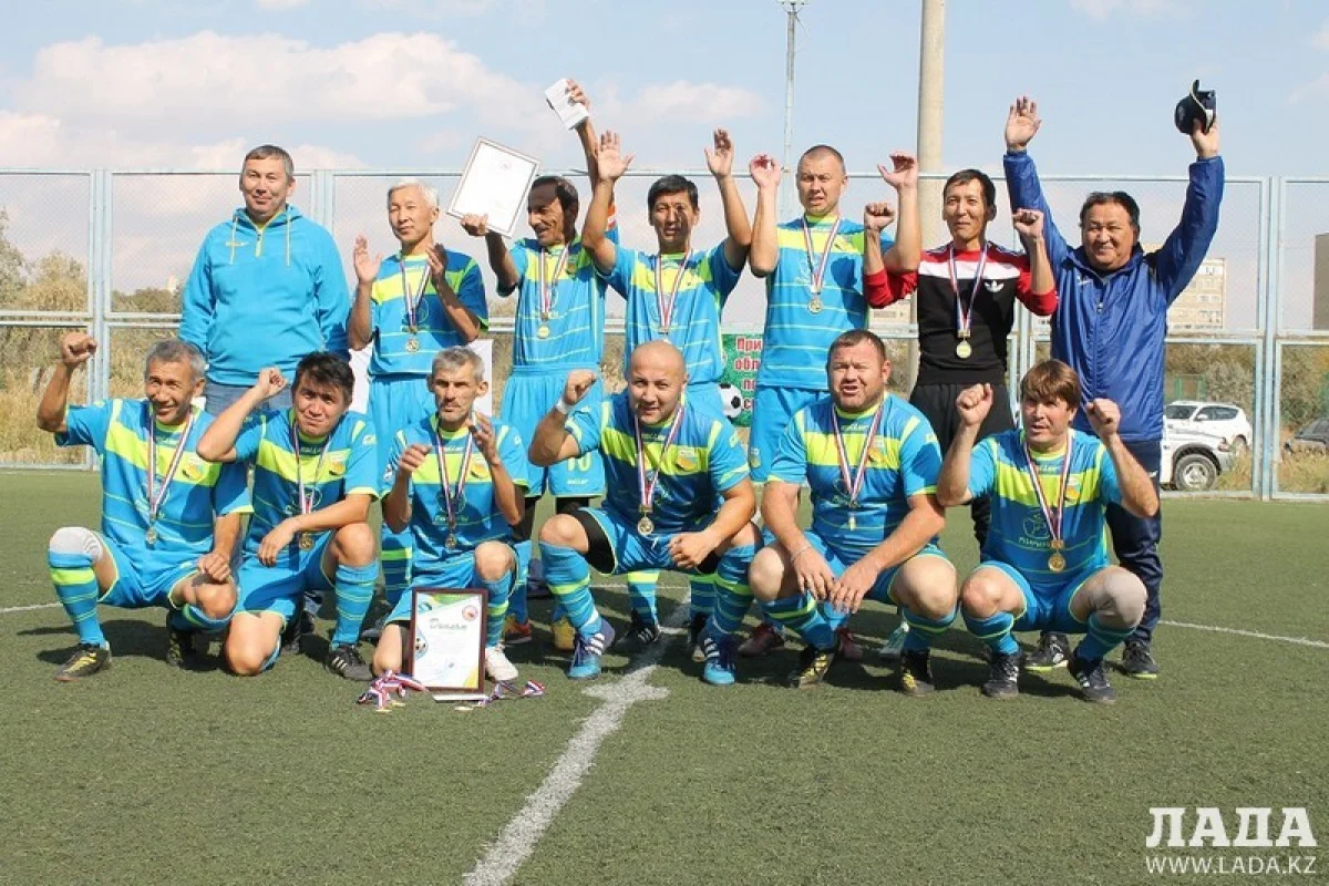 Команда &quot;Каспий&quot;. Фото автора||news_pic_more|<!--TBegin--><a href="https://img.lada.kz/2015-10/1444657871_img_3370.jpg" onclick="return hs.expand(this)" ><img align="left" src="https://img.lada.kz/2015-10/thumbs/1444657871_img_3370.jpg" alt='Команда «Каспий» стала победителем ветеранского турнира по мини-футболу' title='Команда «Каспий» стала победителем ветеранского турнира по мини-футболу'  /></a><!--TEnd--><br /><!--TBegin--><a href="https://img.lada.kz/2015-10/1444657802_img_3382.jpg" onclick="return hs.expand(this)" ><img align="left" src="https://img.lada.kz/2015-10/thumbs/1444657802_img_3382.jpg" alt='Команда «Каспий» стала победителем ветеранского турнира по мини-футболу' title='Команда «Каспий» стала победителем ветеранского турнира по мини-футболу'  /></a><!--TEnd--><br /><!--TBegin--><a href="https://img.lada.kz/2015-10/1444657873_img_3387.jpg" onclick="return hs.expand(this)" ><img align="left" src="https://img.lada.kz/2015-10/thumbs/1444657873_img_3387.jpg" alt='Команда «Каспий» стала победителем ветеранского турнира по мини-футболу' title='Команда «Каспий» стала победителем ветеранского турнира по мини-футболу'  /></a><!--TEnd--><br /><!--TBegin--><a href="https://img.lada.kz/2015-10/1444657847_img_3394.jpg" onclick="return hs.expand(this)" ><img align="left" src="https://img.lada.kz/2015-10/thumbs/1444657847_img_3394.jpg" alt='Команда «Каспий» стала победителем ветеранского турнира по мини-футболу' title='Команда «Каспий» стала победителем ветеранского турнира по мини-футболу'  /></a><!--TEnd--><br /><!--TBegin--><a href="https://img.lada.kz/2015-10/1444657883_img_3396.jpg" onclick="return hs.expand(this)" ><img align="left" src="https://img.lada.kz/2015-10/thumbs/1444657883_img_3396.jpg" alt='Команда «Каспий» стала победителем ветеранского турнира по мини-футболу' title='Команда «Каспий» стала победителем ветеранского турнира по мини-футболу'  /></a><!--TEnd--><br /><!--TBegin--><a href="https://img.lada.kz/2015-10/1444657895_img_3397.jpg" onclick="return hs.expand(this)" ><img align="left" src="https://img.lada.kz/2015-10/thumbs/1444657895_img_3397.jpg" alt='Команда «Каспий» стала победителем ветеранского турнира по мини-футболу' title='Команда «Каспий» стала победителем ветеранского турнира по мини-футболу'  /></a><!--TEnd--><br /><!--TBegin--><a href="https://img.lada.kz/2015-10/1444657897_img_3401.jpg" onclick="return hs.expand(this)" ><img align="left" src="https://img.lada.kz/2015-10/thumbs/1444657897_img_3401.jpg" alt='Команда «Каспий» стала победителем ветеранского турнира по мини-футболу' title='Команда «Каспий» стала победителем ветеранского турнира по мини-футболу'  /></a><!--TEnd--><br /><!--TBegin--><a href="https://img.lada.kz/2015-10/1444657941_img_3409.jpg" onclick="return hs.expand(this)" ><img align="left" src="https://img.lada.kz/2015-10/thumbs/1444657941_img_3409.jpg" alt='Команда «Каспий» стала победителем ветеранского турнира по мини-футболу' title='Команда «Каспий» стала победителем ветеранского турнира по мини-футболу'  /></a><!--TEnd--><br /><!--TBegin--><a href="https://img.lada.kz/2015-10/1444657966_img_3423.jpg" onclick="return hs.expand(this)" ><img align="left" src="https://img.lada.kz/2015-10/thumbs/1444657966_img_3423.jpg" alt='Команда «Каспий» стала победителем ветеранского турнира по мини-футболу' title='Команда «Каспий» стала победителем ветеранского турнира по мини-футболу'  /></a><!--TEnd--><br /><!--TBegin--><a href="https://img.lada.kz/2015-10/1444657977_img_3429.jpg" onclick="return hs.expand(this)" ><img align="left" src="https://img.lada.kz/2015-10/thumbs/1444657977_img_3429.jpg" alt='Команда «Каспий» стала победителем ветеранского турнира по мини-футболу' title='Команда «Каспий» стала победителем ветеранского турнира по мини-футболу'  /></a><!--TEnd--><br /><!--TBegin--><a href="https://img.lada.kz/2015-10/1444657939_img_3451.jpg" onclick="return hs.expand(this)" ><img align="left" src="https://img.lada.kz/2015-10/thumbs/1444657939_img_3451.jpg" alt='Команда «Каспий» стала победителем ветеранского турнира по мини-футболу' title='Команда «Каспий» стала победителем ветеранского турнира по мини-футболу'  /></a><!--TEnd--><br /><!--TBegin--><a href="https://img.lada.kz/2015-10/1444658021_img_6757.jpg" onclick="return hs.expand(this)" ><img align="left" src="https://img.lada.kz/2015-10/thumbs/1444658021_img_6757.jpg" alt='Команда «Каспий» стала победителем ветеранского турнира по мини-футболу' title='Команда «Каспий» стала победителем ветеранского турнира по мини-футболу'  /></a><!--TEnd--><br /><!--TBegin--><a href="https://img.lada.kz/2015-10/1444658007_img_6760.jpg" onclick="return hs.expand(this)" ><img align="left" src="https://img.lada.kz/2015-10/thumbs/1444658007_img_6760.jpg" alt='Команда «Каспий» стала победителем ветеранского турнира по мини-футболу' title='Команда «Каспий» стала победителем ветеранского турнира по мини-футболу'  /></a><!--TEnd--><br /><!--TBegin--><a href="https://img.lada.kz/2015-10/1444657980_img_6765.jpg" onclick="return hs.expand(this)" ><img align="left" src="https://img.lada.kz/2015-10/thumbs/1444657980_img_6765.jpg" alt='Команда «Каспий» стала победителем ветеранского турнира по мини-футболу' title='Команда «Каспий» стала победителем ветеранского турнира по мини-футболу'  /></a><!--TEnd--><br /><!--TBegin--><a href="https://img.lada.kz/2015-10/1444657971_img_6771.jpg" onclick="return hs.expand(this)" ><img align="left" src="https://img.lada.kz/2015-10/thumbs/1444657971_img_6771.jpg" alt='Команда «Каспий» стала победителем ветеранского турнира по мини-футболу' title='Команда «Каспий» стала победителем ветеранского турнира по мини-футболу'  /></a><!--TEnd--><br /><!--TBegin--><a href="https://img.lada.kz/2015-10/1444658065_img_6778.jpg" onclick="return hs.expand(this)" ><img align="left" src="https://img.lada.kz/2015-10/thumbs/1444658065_img_6778.jpg" alt='Команда «Каспий» стала победителем ветеранского турнира по мини-футболу' title='Команда «Каспий» стала победителем ветеранского турнира по мини-футболу'  /></a><!--TEnd--><br /><!--TBegin--><a href="https://img.lada.kz/2015-10/1444658021_img_6782.jpg" onclick="return hs.expand(this)" ><img align="left" src="https://img.lada.kz/2015-10/thumbs/1444658021_img_6782.jpg" alt='Команда «Каспий» стала победителем ветеранского турнира по мини-футболу' title='Команда «Каспий» стала победителем ветеранского турнира по мини-футболу'  /></a><!--TEnd--><br /><!--TBegin--><a href="https://img.lada.kz/2015-10/1444658077_img_6809.jpg" onclick="return hs.expand(this)" ><img align="left" src="https://img.lada.kz/2015-10/thumbs/1444658077_img_6809.jpg" alt='Команда «Каспий» стала победителем ветеранского турнира по мини-футболу' title='Команда «Каспий» стала победителем ветеранского турнира по мини-футболу'  /></a><!--TEnd--><br /><!--TBegin--><a href="https://img.lada.kz/2015-10/1444658059_img_6822.jpg" onclick="return hs.expand(this)" ><img align="left" src="https://img.lada.kz/2015-10/thumbs/1444658059_img_6822.jpg" alt='Команда «Каспий» стала победителем ветеранского турнира по мини-футболу' title='Команда «Каспий» стала победителем ветеранского турнира по мини-футболу'  /></a><!--TEnd--><br /><!--TBegin--><a href="https://img.lada.kz/2015-10/1444658030_img_6830.jpg" onclick="return hs.expand(this)" ><img align="left" src="https://img.lada.kz/2015-10/thumbs/1444658030_img_6830.jpg" alt='Команда «Каспий» стала победителем ветеранского турнира по мини-футболу' title='Команда «Каспий» стала победителем ветеранского турнира по мини-футболу'  /></a><!--TEnd--><br /><!--TBegin--><a href="https://img.lada.kz/2015-10/1444658087_img_6833.jpg" onclick="return hs.expand(this)" ><img align="left" src="https://img.lada.kz/2015-10/thumbs/1444658087_img_6833.jpg" alt='Команда «Каспий» стала победителем ветеранского турнира по мини-футболу' title='Команда «Каспий» стала победителем ветеранского турнира по мини-футболу'  /></a><!--TEnd--><br /><!--TBegin--><a href="https://img.lada.kz/2015-10/1444658099_img_6838.jpg" onclick="return hs.expand(this)" ><img align="left" src="https://img.lada.kz/2015-10/thumbs/1444658099_img_6838.jpg" alt='Команда «Каспий» стала победителем ветеранского турнира по мини-футболу' title='Команда «Каспий» стала победителем ветеранского турнира по мини-футболу'  /></a><!--TEnd--><br /><!--TBegin--><a href="https://img.lada.kz/2015-10/1444658114_img_6844.jpg" onclick="return hs.expand(this)" ><img align="left" src="https://img.lada.kz/2015-10/thumbs/1444658114_img_6844.jpg" alt='Команда «Каспий» стала победителем ветеранского турнира по мини-футболу' title='Команда «Каспий» стала победителем ветеранского турнира по мини-футболу'  /></a><!--TEnd--><br /><!--TBegin--><a href="https://img.lada.kz/2015-10/1444658087_img_6864.jpg" onclick="return hs.expand(this)" ><img align="left" src="https://img.lada.kz/2015-10/thumbs/1444658087_img_6864.jpg" alt='Команда «Каспий» стала победителем ветеранского турнира по мини-футболу' title='Команда «Каспий» стала победителем ветеранского турнира по мини-футболу'  /></a><!--TEnd--><br /><!--TBegin--><a href="https://img.lada.kz/2015-10/1444658147_img_6896.jpg" onclick="return hs.expand(this)" ><img align="left" src="https://img.lada.kz/2015-10/thumbs/1444658147_img_6896.jpg" alt='Команда «Каспий» стала победителем ветеранского турнира по мини-футболу' title='Команда «Каспий» стала победителем ветеранского турнира по мини-футболу'  /></a><!--TEnd--><br /><!--TBegin--><a href="https://img.lada.kz/2015-10/1444658155_img_6906.jpg" onclick="return hs.expand(this)" ><img align="left" src="https://img.lada.kz/2015-10/thumbs/1444658155_img_6906.jpg" alt='Команда «Каспий» стала победителем ветеранского турнира по мини-футболу' title='Команда «Каспий» стала победителем ветеранского турнира по мини-футболу'  /></a><!--TEnd--><br /><!--TBegin--><a href="https://img.lada.kz/2015-10/1444658115_img_6945.jpg" onclick="return hs.expand(this)" ><img align="left" src="https://img.lada.kz/2015-10/thumbs/1444658115_img_6945.jpg" alt='Команда «Каспий» стала победителем ветеранского турнира по мини-футболу' title='Команда «Каспий» стала победителем ветеранского турнира по мини-футболу'  /></a><!--TEnd-->