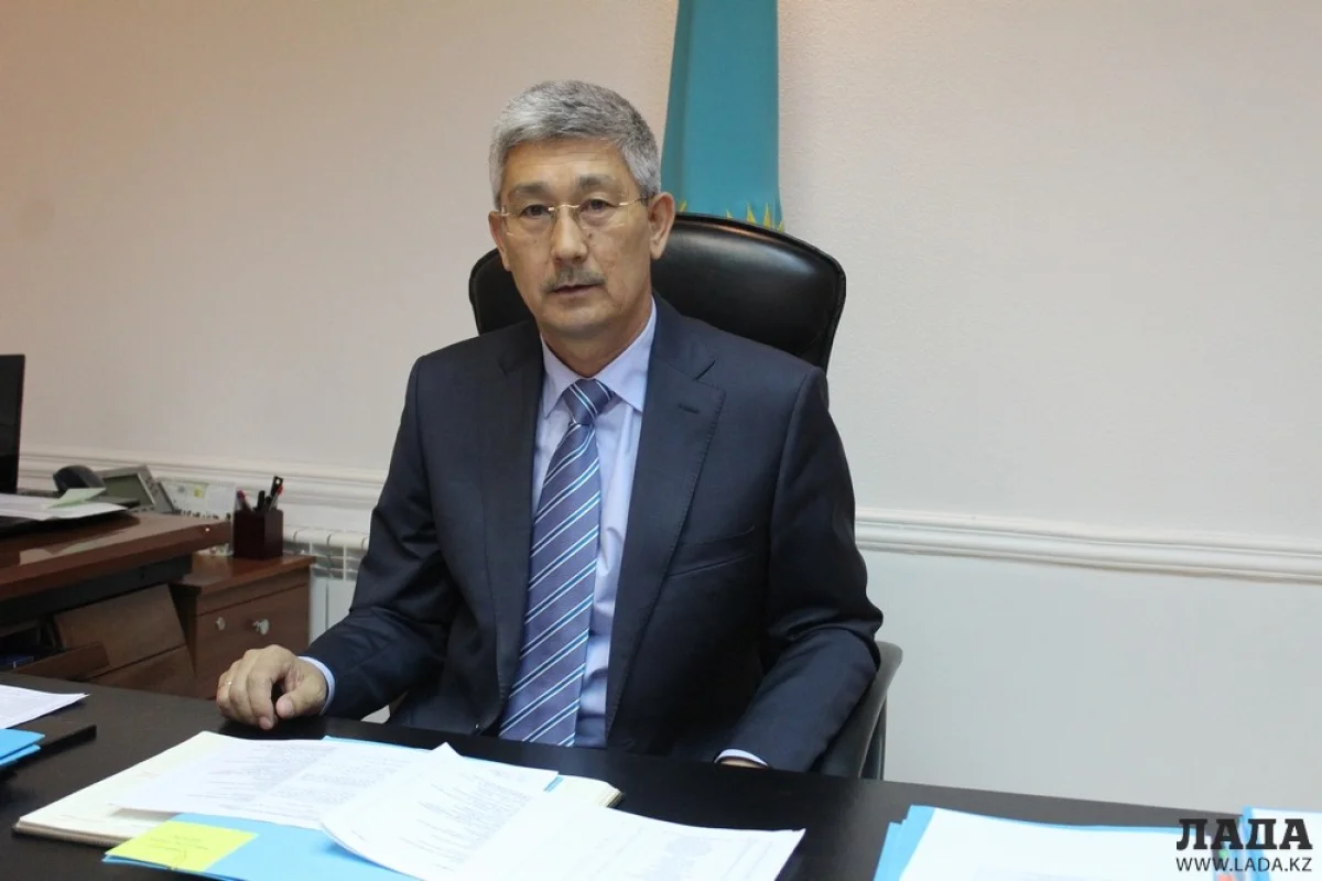 Аким города Серикбай Трумов. Фото автора