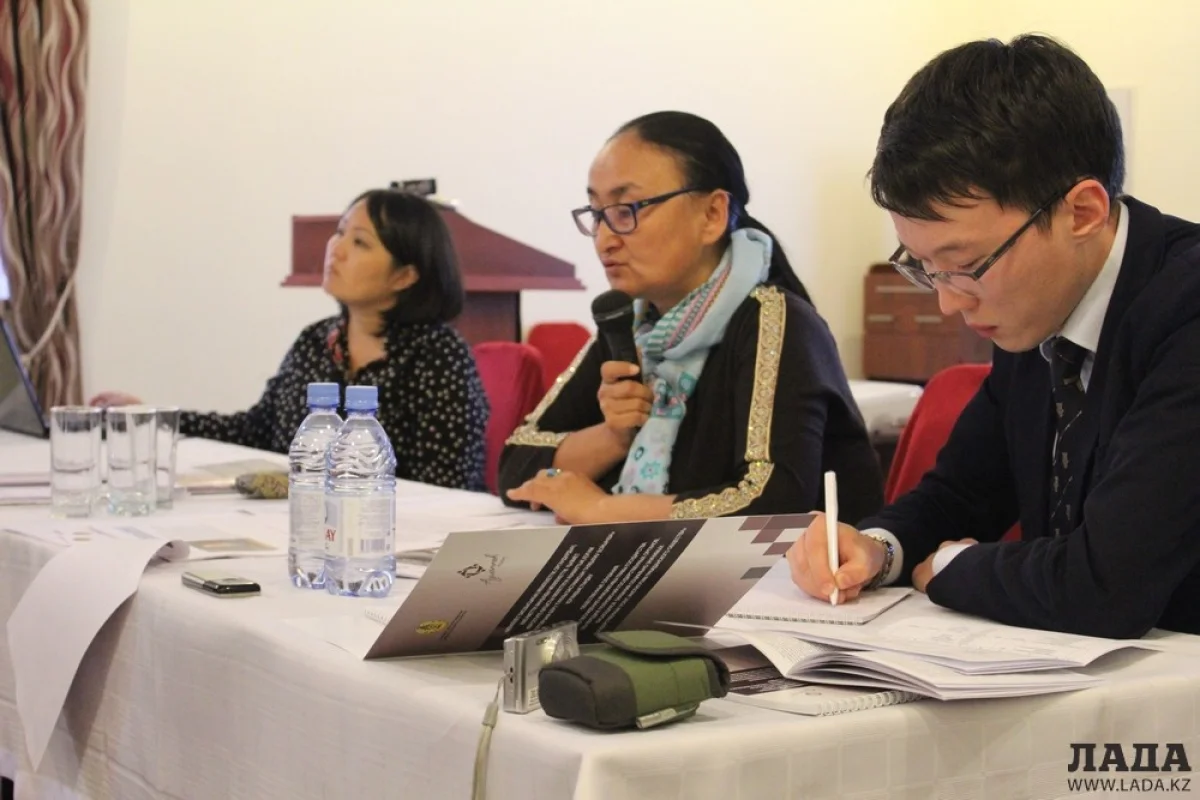 Общественные слушания. Фото автора||news_pic_more|<!--TBegin--><a href="https://img.lada.kz/2015-10/1444986872_img_0569.jpg" onclick="return hs.expand(this)" ><img src="https://img.lada.kz/2015-10/thumbs/1444986872_img_0569.jpg" alt='В Мангистау ряд полномочий по оказанию государственных услуг будут переданы в гражданский сектор' title='В Мангистау ряд полномочий по оказанию государственных услуг будут переданы в гражданский сектор'  /></a><!--TEnd--><br /><!--TBegin--><a href="https://img.lada.kz/2015-10/1444986874_img_3705.jpg" onclick="return hs.expand(this)" ><img src="https://img.lada.kz/2015-10/thumbs/1444986874_img_3705.jpg" alt='В Мангистау ряд полномочий по оказанию государственных услуг будут переданы в гражданский сектор' title='В Мангистау ряд полномочий по оказанию государственных услуг будут переданы в гражданский сектор'  /></a><!--TEnd--><br /><!--TBegin--><a href="https://img.lada.kz/2015-10/1444986867_img_3709.jpg" onclick="return hs.expand(this)" ><img src="https://img.lada.kz/2015-10/thumbs/1444986867_img_3709.jpg" alt='В Мангистау ряд полномочий по оказанию государственных услуг будут переданы в гражданский сектор' title='В Мангистау ряд полномочий по оказанию государственных услуг будут переданы в гражданский сектор'  /></a><!--TEnd-->