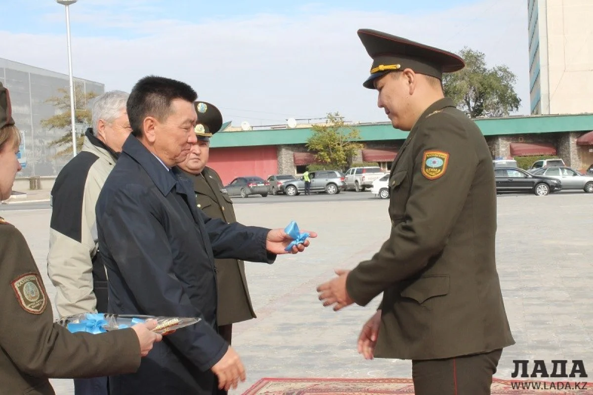 Аким области вручает ключи от новых автомашин спасателям Мангистау||news_pic_more|<!--TBegin--><a href="https://img.lada.kz/2015-10/1445002806_img_7056.jpg" onclick="return hs.expand(this)" ><img align="left" src="https://img.lada.kz/2015-10/thumbs/1445002806_img_7056.jpg" alt='Алик Айдарбаев вручил ключи от новых автомашин сотрудникам ДЧС' title='Алик Айдарбаев вручил ключи от новых автомашин сотрудникам ДЧС'  /></a><!--TEnd--><br /><!--TBegin--><a href="https://img.lada.kz/2015-10/1445003018_img_7047.jpg" onclick="return hs.expand(this)" ><img align="left" src="https://img.lada.kz/2015-10/thumbs/1445003018_img_7047.jpg" alt='Алик Айдарбаев вручил ключи от новых автомашин сотрудникам ДЧС' title='Алик Айдарбаев вручил ключи от новых автомашин сотрудникам ДЧС'  /></a><!--TEnd--><br /><!--TBegin--><a href="https://img.lada.kz/2015-10/1445002870_img_7056.jpg" onclick="return hs.expand(this)" ><img align="left" src="https://img.lada.kz/2015-10/thumbs/1445002870_img_7056.jpg" alt='Алик Айдарбаев вручил ключи от новых автомашин сотрудникам ДЧС' title='Алик Айдарбаев вручил ключи от новых автомашин сотрудникам ДЧС'  /></a><!--TEnd--><br /><!--TBegin--><a href="https://img.lada.kz/2015-10/1445002912_img_7057.jpg" onclick="return hs.expand(this)" ><img align="left" src="https://img.lada.kz/2015-10/thumbs/1445002912_img_7057.jpg" alt='Алик Айдарбаев вручил ключи от новых автомашин сотрудникам ДЧС' title='Алик Айдарбаев вручил ключи от новых автомашин сотрудникам ДЧС'  /></a><!--TEnd--><br /><!--TBegin--><a href="https://img.lada.kz/2015-10/1445002980_img_7075.jpg" onclick="return hs.expand(this)" ><img align="left" src="https://img.lada.kz/2015-10/thumbs/1445002980_img_7075.jpg" alt='Алик Айдарбаев вручил ключи от новых автомашин сотрудникам ДЧС' title='Алик Айдарбаев вручил ключи от новых автомашин сотрудникам ДЧС'  /></a><!--TEnd--><br /><!--TBegin--><a href="https://img.lada.kz/2015-10/1445002883_img_7063.jpg" onclick="return hs.expand(this)" ><img align="left" src="https://img.lada.kz/2015-10/thumbs/1445002883_img_7063.jpg" alt='Алик Айдарбаев вручил ключи от новых автомашин сотрудникам ДЧС' title='Алик Айдарбаев вручил ключи от новых автомашин сотрудникам ДЧС'  /></a><!--TEnd--><br /><!--TBegin--><a href="https://img.lada.kz/2015-10/1445002887_img_7073.jpg" onclick="return hs.expand(this)" ><img align="left" src="https://img.lada.kz/2015-10/thumbs/1445002887_img_7073.jpg" alt='Алик Айдарбаев вручил ключи от новых автомашин сотрудникам ДЧС' title='Алик Айдарбаев вручил ключи от новых автомашин сотрудникам ДЧС'  /></a><!--TEnd--><br /><!--TBegin--><a href="https://img.lada.kz/2015-10/1445002887_img_7074.jpg" onclick="return hs.expand(this)" ><img align="left" src="https://img.lada.kz/2015-10/thumbs/1445002887_img_7074.jpg" alt='Алик Айдарбаев вручил ключи от новых автомашин сотрудникам ДЧС' title='Алик Айдарбаев вручил ключи от новых автомашин сотрудникам ДЧС'  /></a><!--TEnd--><br /><!--TBegin--><a href="https://img.lada.kz/2015-10/1445002899_img_7076.jpg" onclick="return hs.expand(this)" ><img align="left" src="https://img.lada.kz/2015-10/thumbs/1445002899_img_7076.jpg" alt='Алик Айдарбаев вручил ключи от новых автомашин сотрудникам ДЧС' title='Алик Айдарбаев вручил ключи от новых автомашин сотрудникам ДЧС'  /></a><!--TEnd--><br /><!--TBegin--><a href="https://img.lada.kz/2015-10/1445002899_img_7077.jpg" onclick="return hs.expand(this)" ><img align="left" src="https://img.lada.kz/2015-10/thumbs/1445002899_img_7077.jpg" alt='Алик Айдарбаев вручил ключи от новых автомашин сотрудникам ДЧС' title='Алик Айдарбаев вручил ключи от новых автомашин сотрудникам ДЧС'  /></a><!--TEnd--><br /><!--TBegin--><a href="https://img.lada.kz/2015-10/1445002900_img_7079.jpg" onclick="return hs.expand(this)" ><img align="left" src="https://img.lada.kz/2015-10/thumbs/1445002900_img_7079.jpg" alt='Алик Айдарбаев вручил ключи от новых автомашин сотрудникам ДЧС' title='Алик Айдарбаев вручил ключи от новых автомашин сотрудникам ДЧС'  /></a><!--TEnd--><br /><!--TBegin--><a href="https://img.lada.kz/2015-10/1445002920_img_7104.jpg" onclick="return hs.expand(this)" ><img align="left" src="https://img.lada.kz/2015-10/thumbs/1445002920_img_7104.jpg" alt='Алик Айдарбаев вручил ключи от новых автомашин сотрудникам ДЧС' title='Алик Айдарбаев вручил ключи от новых автомашин сотрудникам ДЧС'  /></a><!--TEnd--><br /><!--TBegin--><a href="https://img.lada.kz/2015-10/1445002890_img_7109.jpg" onclick="return hs.expand(this)" ><img align="left" src="https://img.lada.kz/2015-10/thumbs/1445002890_img_7109.jpg" alt='Алик Айдарбаев вручил ключи от новых автомашин сотрудникам ДЧС' title='Алик Айдарбаев вручил ключи от новых автомашин сотрудникам ДЧС'  /></a><!--TEnd--><br /><!--TBegin--><a href="https://img.lada.kz/2015-10/1445002876_img_7114.jpg" onclick="return hs.expand(this)" ><img align="left" src="https://img.lada.kz/2015-10/thumbs/1445002876_img_7114.jpg" alt='Алик Айдарбаев вручил ключи от новых автомашин сотрудникам ДЧС' title='Алик Айдарбаев вручил ключи от новых автомашин сотрудникам ДЧС'  /></a><!--TEnd--><br /><!--TBegin--><a href="https://img.lada.kz/2015-10/1445002935_img_7119.jpg" onclick="return hs.expand(this)" ><img align="left" src="https://img.lada.kz/2015-10/thumbs/1445002935_img_7119.jpg" alt='Алик Айдарбаев вручил ключи от новых автомашин сотрудникам ДЧС' title='Алик Айдарбаев вручил ключи от новых автомашин сотрудникам ДЧС'  /></a><!--TEnd--><br /><!--TBegin--><a href="https://img.lada.kz/2015-10/1445002924_img_7128.jpg" onclick="return hs.expand(this)" ><img align="left" src="https://img.lada.kz/2015-10/thumbs/1445002924_img_7128.jpg" alt='Алик Айдарбаев вручил ключи от новых автомашин сотрудникам ДЧС' title='Алик Айдарбаев вручил ключи от новых автомашин сотрудникам ДЧС'  /></a><!--TEnd-->