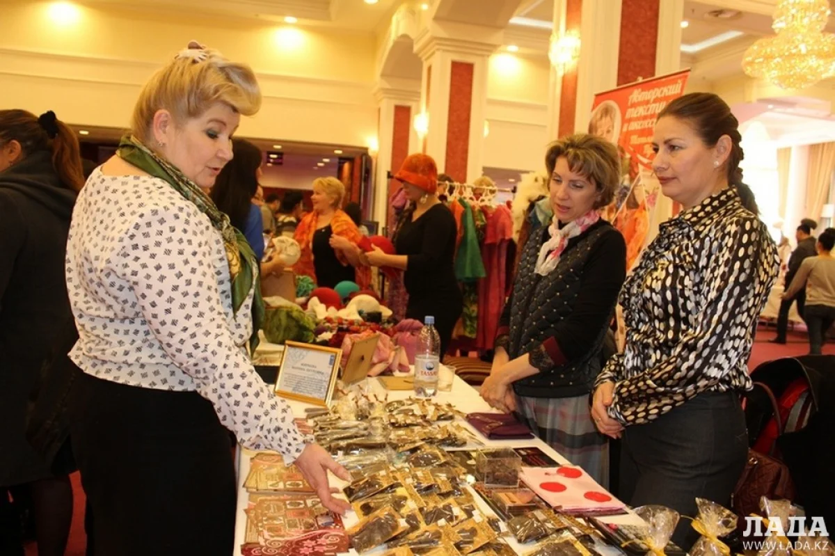 Рукодельницы представляют поделки, сделанные из шоколада||news_pic_more|<!--TBegin--><a href="https://img.lada.kz/2015-10/1445073689_img_3801.jpg" onclick="return hs.expand(this)" ><img align="left" src="https://img.lada.kz/2015-10/thumbs/1445073689_img_3801.jpg" alt='Мангистауские мастера представили свои изделия на ярмарке в Актау' title='Мангистауские мастера представили свои изделия на ярмарке в Актау'  /></a><!--TEnd--><br /><!--TBegin--><a href="https://img.lada.kz/2015-10/1445073726_img_3803.jpg" onclick="return hs.expand(this)" ><img align="left" src="https://img.lada.kz/2015-10/thumbs/1445073726_img_3803.jpg" alt='Мангистауские мастера представили свои изделия на ярмарке в Актау' title='Мангистауские мастера представили свои изделия на ярмарке в Актау'  /></a><!--TEnd--><br /><!--TBegin--><a href="https://img.lada.kz/2015-10/1445073641_img_3809.jpg" onclick="return hs.expand(this)" ><img align="left" src="https://img.lada.kz/2015-10/thumbs/1445073641_img_3809.jpg" alt='Мангистауские мастера представили свои изделия на ярмарке в Актау' title='Мангистауские мастера представили свои изделия на ярмарке в Актау'  /></a><!--TEnd--><br /><!--TBegin--><a href="https://img.lada.kz/2015-10/1445073640_img_3821.jpg" onclick="return hs.expand(this)" ><img align="left" src="https://img.lada.kz/2015-10/thumbs/1445073640_img_3821.jpg" alt='Мангистауские мастера представили свои изделия на ярмарке в Актау' title='Мангистауские мастера представили свои изделия на ярмарке в Актау'  /></a><!--TEnd--><br /><!--TBegin--><a href="https://img.lada.kz/2015-10/1445073644_img_3850.jpg" onclick="return hs.expand(this)" ><img align="left" src="https://img.lada.kz/2015-10/thumbs/1445073644_img_3850.jpg" alt='Мангистауские мастера представили свои изделия на ярмарке в Актау' title='Мангистауские мастера представили свои изделия на ярмарке в Актау'  /></a><!--TEnd--><br /><!--TBegin--><a href="https://img.lada.kz/2015-10/1445073728_img_3858.jpg" onclick="return hs.expand(this)" ><img align="left" src="https://img.lada.kz/2015-10/thumbs/1445073728_img_3858.jpg" alt='Мангистауские мастера представили свои изделия на ярмарке в Актау' title='Мангистауские мастера представили свои изделия на ярмарке в Актау'  /></a><!--TEnd--><br /><!--TBegin--><a href="https://img.lada.kz/2015-10/1445073690_img_3861.jpg" onclick="return hs.expand(this)" ><img align="left" src="https://img.lada.kz/2015-10/thumbs/1445073690_img_3861.jpg" alt='Мангистауские мастера представили свои изделия на ярмарке в Актау' title='Мангистауские мастера представили свои изделия на ярмарке в Актау'  /></a><!--TEnd--><br /><!--TBegin--><a href="https://img.lada.kz/2015-10/1445073703_img_3862.jpg" onclick="return hs.expand(this)" ><img align="left" src="https://img.lada.kz/2015-10/thumbs/1445073703_img_3862.jpg" alt='Мангистауские мастера представили свои изделия на ярмарке в Актау' title='Мангистауские мастера представили свои изделия на ярмарке в Актау'  /></a><!--TEnd--><br /><!--TBegin--><a href="https://img.lada.kz/2015-10/1445073719_img_3865.jpg" onclick="return hs.expand(this)" ><img align="left" src="https://img.lada.kz/2015-10/thumbs/1445073719_img_3865.jpg" alt='Мангистауские мастера представили свои изделия на ярмарке в Актау' title='Мангистауские мастера представили свои изделия на ярмарке в Актау'  /></a><!--TEnd--><br /><!--TBegin--><a href="https://img.lada.kz/2015-10/1445073710_img_3866.jpg" onclick="return hs.expand(this)" ><img align="left" src="https://img.lada.kz/2015-10/thumbs/1445073710_img_3866.jpg" alt='Мангистауские мастера представили свои изделия на ярмарке в Актау' title='Мангистауские мастера представили свои изделия на ярмарке в Актау'  /></a><!--TEnd--><br /><!--TBegin--><a href="https://img.lada.kz/2015-10/1445073673_img_3879.jpg" onclick="return hs.expand(this)" ><img align="left" src="https://img.lada.kz/2015-10/thumbs/1445073673_img_3879.jpg" alt='Мангистауские мастера представили свои изделия на ярмарке в Актау' title='Мангистауские мастера представили свои изделия на ярмарке в Актау'  /></a><!--TEnd--><br /><!--TBegin--><a href="https://img.lada.kz/2015-10/1445073636_img_3882.jpg" onclick="return hs.expand(this)" ><img align="left" src="https://img.lada.kz/2015-10/thumbs/1445073636_img_3882.jpg" alt='Мангистауские мастера представили свои изделия на ярмарке в Актау' title='Мангистауские мастера представили свои изделия на ярмарке в Актау'  /></a><!--TEnd--><br /><!--TBegin--><a href="https://img.lada.kz/2015-10/1445073710_img_3884.jpg" onclick="return hs.expand(this)" ><img align="left" src="https://img.lada.kz/2015-10/thumbs/1445073710_img_3884.jpg" alt='Мангистауские мастера представили свои изделия на ярмарке в Актау' title='Мангистауские мастера представили свои изделия на ярмарке в Актау'  /></a><!--TEnd--><br /><!--TBegin--><a href="https://img.lada.kz/2015-10/1445073648_img_3896.jpg" onclick="return hs.expand(this)" ><img align="left" src="https://img.lada.kz/2015-10/thumbs/1445073648_img_3896.jpg" alt='Мангистауские мастера представили свои изделия на ярмарке в Актау' title='Мангистауские мастера представили свои изделия на ярмарке в Актау'  /></a><!--TEnd--><br /><!--TBegin--><a href="https://img.lada.kz/2015-10/1445073706_img_3902.jpg" onclick="return hs.expand(this)" ><img align="left" src="https://img.lada.kz/2015-10/thumbs/1445073706_img_3902.jpg" alt='Мангистауские мастера представили свои изделия на ярмарке в Актау' title='Мангистауские мастера представили свои изделия на ярмарке в Актау'  /></a><!--TEnd--><br /><!--TBegin--><a href="https://img.lada.kz/2015-10/1445073703_img_3908.jpg" onclick="return hs.expand(this)" ><img align="left" src="https://img.lada.kz/2015-10/thumbs/1445073703_img_3908.jpg" alt='Мангистауские мастера представили свои изделия на ярмарке в Актау' title='Мангистауские мастера представили свои изделия на ярмарке в Актау'  /></a><!--TEnd--><br /><!--TBegin--><a href="https://img.lada.kz/2015-10/1445073683_img_3910.jpg" onclick="return hs.expand(this)" ><img align="left" src="https://img.lada.kz/2015-10/thumbs/1445073683_img_3910.jpg" alt='Мангистауские мастера представили свои изделия на ярмарке в Актау' title='Мангистауские мастера представили свои изделия на ярмарке в Актау'  /></a><!--TEnd--><br /><!--TBegin--><a href="https://img.lada.kz/2015-10/1445073645_img_3913.jpg" onclick="return hs.expand(this)" ><img align="left" src="https://img.lada.kz/2015-10/thumbs/1445073645_img_3913.jpg" alt='Мангистауские мастера представили свои изделия на ярмарке в Актау' title='Мангистауские мастера представили свои изделия на ярмарке в Актау'  /></a><!--TEnd--><br /><!--TBegin--><a href="https://img.lada.kz/2015-10/1445073688_img_3919.jpg" onclick="return hs.expand(this)" ><img align="left" src="https://img.lada.kz/2015-10/thumbs/1445073688_img_3919.jpg" alt='Мангистауские мастера представили свои изделия на ярмарке в Актау' title='Мангистауские мастера представили свои изделия на ярмарке в Актау'  /></a><!--TEnd--><br /><!--TBegin--><a href="https://img.lada.kz/2015-10/1445073722_img_3926.jpg" onclick="return hs.expand(this)" ><img align="left" src="https://img.lada.kz/2015-10/thumbs/1445073722_img_3926.jpg" alt='Мангистауские мастера представили свои изделия на ярмарке в Актау' title='Мангистауские мастера представили свои изделия на ярмарке в Актау'  /></a><!--TEnd-->