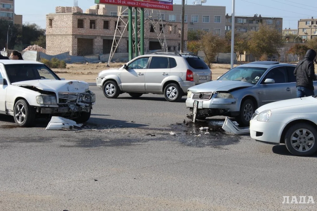 ДТП на перекрестке 23, 22 микрорайонов и станции Меловой. Фото автора||news_pic_more|<!--TBegin--><a href="https://img.lada.kz/2015-10/1445174512_img_3932.jpg" onclick="return hs.expand(this)" ><img src="https://img.lada.kz/2015-10/thumbs/1445174512_img_3932.jpg" alt='В Актау на перекрестке столкнулись два автомобиля' title='В Актау на перекрестке столкнулись два автомобиля'  /></a><!--TEnd--><br /><!--TBegin--><a href="https://img.lada.kz/2015-10/1445174546_img_3933.jpg" onclick="return hs.expand(this)" ><img src="https://img.lada.kz/2015-10/thumbs/1445174546_img_3933.jpg" alt='В Актау на перекрестке столкнулись два автомобиля' title='В Актау на перекрестке столкнулись два автомобиля'  /></a><!--TEnd--><br /><!--TBegin--><a href="https://img.lada.kz/2015-10/1445174517_img_3934.jpg" onclick="return hs.expand(this)" ><img src="https://img.lada.kz/2015-10/thumbs/1445174517_img_3934.jpg" alt='В Актау на перекрестке столкнулись два автомобиля' title='В Актау на перекрестке столкнулись два автомобиля'  /></a><!--TEnd--><br /><!--TBegin--><a href="https://img.lada.kz/2015-10/1445174538_img_3935.jpg" onclick="return hs.expand(this)" ><img src="https://img.lada.kz/2015-10/thumbs/1445174538_img_3935.jpg" alt='В Актау на перекрестке столкнулись два автомобиля' title='В Актау на перекрестке столкнулись два автомобиля'  /></a><!--TEnd--><br /><!--TBegin--><a href="https://img.lada.kz/2015-10/1445174568_img_3944.jpg" onclick="return hs.expand(this)" ><img src="https://img.lada.kz/2015-10/thumbs/1445174568_img_3944.jpg" alt='В Актау на перекрестке столкнулись два автомобиля' title='В Актау на перекрестке столкнулись два автомобиля'  /></a><!--TEnd--><br /><!--TBegin--><a href="https://img.lada.kz/2015-10/1445174559_img_3937.jpg" onclick="return hs.expand(this)" ><img src="https://img.lada.kz/2015-10/thumbs/1445174559_img_3937.jpg" alt='В Актау на перекрестке столкнулись два автомобиля' title='В Актау на перекрестке столкнулись два автомобиля'  /></a><!--TEnd-->