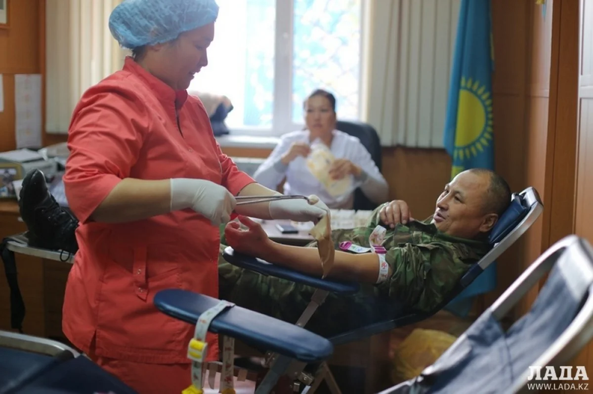 Донорам рекомендуется сдавать до 400 миллилитров крови||news_pic_more|<!--TBegin--><a href="https://img.lada.kz/2015-10/1445943943_img_6208.jpg" onclick="return hs.expand(this)" ><img align="left" src="https://img.lada.kz/2015-10/thumbs/1445943943_img_6208.jpg" alt='Сотрудники Мангистауского департамента по чрезвычайным ситуациям бесплатно сдали кровь' title='Сотрудники Мангистауского департамента по чрезвычайным ситуациям бесплатно сдали кровь'  /></a><!--TEnd--><br /><!--TBegin--><a href="https://img.lada.kz/2015-10/1445943957_img_6209.jpg" onclick="return hs.expand(this)" ><img align="left" src="https://img.lada.kz/2015-10/thumbs/1445943957_img_6209.jpg" alt='Сотрудники Мангистауского департамента по чрезвычайным ситуациям бесплатно сдали кровь' title='Сотрудники Мангистауского департамента по чрезвычайным ситуациям бесплатно сдали кровь'  /></a><!--TEnd--><br /><!--TBegin--><a href="https://img.lada.kz/2015-10/1445943886_img_6211.jpg" onclick="return hs.expand(this)" ><img align="left" src="https://img.lada.kz/2015-10/thumbs/1445943886_img_6211.jpg" alt='Сотрудники Мангистауского департамента по чрезвычайным ситуациям бесплатно сдали кровь' title='Сотрудники Мангистауского департамента по чрезвычайным ситуациям бесплатно сдали кровь'  /></a><!--TEnd--><br /><!--TBegin--><a href="https://img.lada.kz/2015-10/1445943872_img_6219.jpg" onclick="return hs.expand(this)" ><img align="left" src="https://img.lada.kz/2015-10/thumbs/1445943872_img_6219.jpg" alt='Сотрудники Мангистауского департамента по чрезвычайным ситуациям бесплатно сдали кровь' title='Сотрудники Мангистауского департамента по чрезвычайным ситуациям бесплатно сдали кровь'  /></a><!--TEnd--><br /><!--TBegin--><a href="https://img.lada.kz/2015-10/1445943893_img_6221.jpg" onclick="return hs.expand(this)" ><img align="left" src="https://img.lada.kz/2015-10/thumbs/1445943893_img_6221.jpg" alt='Сотрудники Мангистауского департамента по чрезвычайным ситуациям бесплатно сдали кровь' title='Сотрудники Мангистауского департамента по чрезвычайным ситуациям бесплатно сдали кровь'  /></a><!--TEnd--><br /><!--TBegin--><a href="https://img.lada.kz/2015-10/1445943903_img_6232.jpg" onclick="return hs.expand(this)" ><img align="left" src="https://img.lada.kz/2015-10/thumbs/1445943903_img_6232.jpg" alt='Сотрудники Мангистауского департамента по чрезвычайным ситуациям бесплатно сдали кровь' title='Сотрудники Мангистауского департамента по чрезвычайным ситуациям бесплатно сдали кровь'  /></a><!--TEnd-->