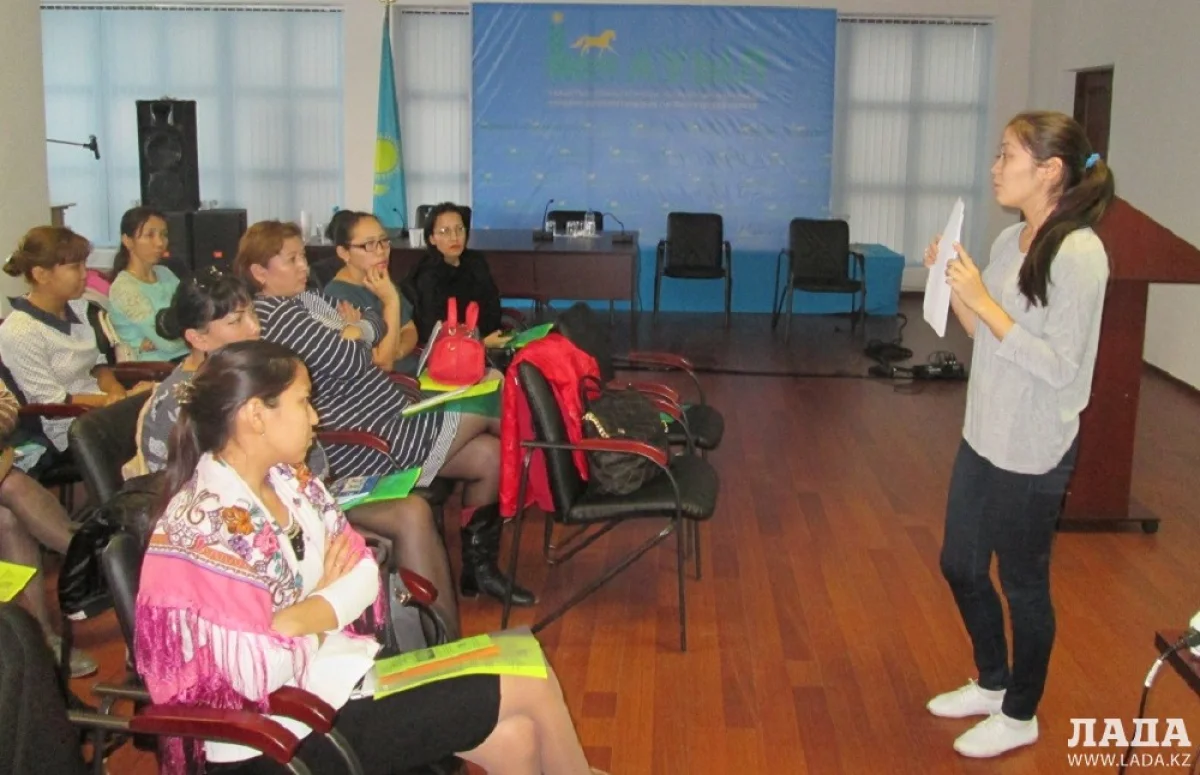 Семинар-тренинг по профилактике суицида в Актау||news_pic_more|<!--TBegin--><a href="https://img.lada.kz/2015-10/1446186986_img_1361.jpg" onclick="return hs.expand(this)" ><img align="left" src="https://img.lada.kz/2015-10/thumbs/1446186986_img_1361.jpg" alt='Заменить школьные звонки на казахские народные кюи предложили психологи в Актау' title='Заменить школьные звонки на казахские народные кюи предложили психологи в Актау'  /></a><!--TEnd--><br /><!--TBegin--><a href="https://img.lada.kz/2015-10/1446187030_img_1369.jpg" onclick="return hs.expand(this)" ><img align="left" src="https://img.lada.kz/2015-10/thumbs/1446187030_img_1369.jpg" alt='Заменить школьные звонки на казахские народные кюи предложили психологи в Актау' title='Заменить школьные звонки на казахские народные кюи предложили психологи в Актау'  /></a><!--TEnd--><br /><!--TBegin--><a href="https://img.lada.kz/2015-10/1446187041_img_1403.jpg" onclick="return hs.expand(this)" ><img align="left" src="https://img.lada.kz/2015-10/thumbs/1446187041_img_1403.jpg" alt='Заменить школьные звонки на казахские народные кюи предложили психологи в Актау' title='Заменить школьные звонки на казахские народные кюи предложили психологи в Актау'  /></a><!--TEnd-->