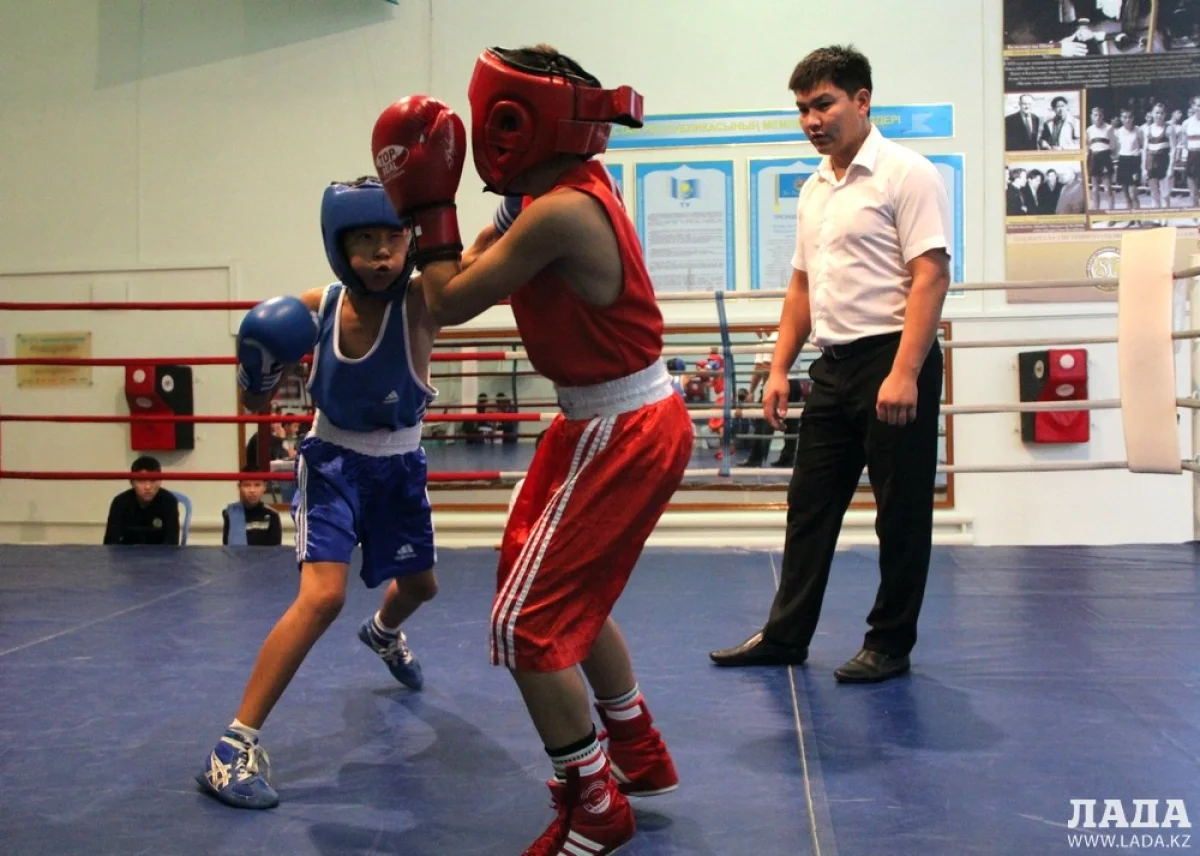 Участники турнира. Фото автора||news_pic_more|<!--TBegin--><a href="https://img.lada.kz/2015-11/1446461023_img_9099.jpg" onclick="return hs.expand(this)" ><img align="left" src="https://img.lada.kz/2015-11/thumbs/1446461023_img_9099.jpg" alt='В Актау прошли областные соревнования по боксу среди юношей' title='В Актау прошли областные соревнования по боксу среди юношей'  /></a><!--TEnd--><br /><!--TBegin--><a href="https://img.lada.kz/2015-11/1446461026_img_9102.jpg" onclick="return hs.expand(this)" ><img align="left" src="https://img.lada.kz/2015-11/thumbs/1446461026_img_9102.jpg" alt='В Актау прошли областные соревнования по боксу среди юношей' title='В Актау прошли областные соревнования по боксу среди юношей'  /></a><!--TEnd--><br /><!--TBegin--><a href="https://img.lada.kz/2015-11/1446461030_img_9104.jpg" onclick="return hs.expand(this)" ><img align="left" src="https://img.lada.kz/2015-11/thumbs/1446461030_img_9104.jpg" alt='В Актау прошли областные соревнования по боксу среди юношей' title='В Актау прошли областные соревнования по боксу среди юношей'  /></a><!--TEnd--><br /><!--TBegin--><a href="https://img.lada.kz/2015-11/1446461060_img_9107.jpg" onclick="return hs.expand(this)" ><img align="left" src="https://img.lada.kz/2015-11/thumbs/1446461060_img_9107.jpg" alt='В Актау прошли областные соревнования по боксу среди юношей' title='В Актау прошли областные соревнования по боксу среди юношей'  /></a><!--TEnd--><br /><!--TBegin--><a href="https://img.lada.kz/2015-11/1446461030_img_9108.jpg" onclick="return hs.expand(this)" ><img align="left" src="https://img.lada.kz/2015-11/thumbs/1446461030_img_9108.jpg" alt='В Актау прошли областные соревнования по боксу среди юношей' title='В Актау прошли областные соревнования по боксу среди юношей'  /></a><!--TEnd--><br /><!--TBegin--><a href="https://img.lada.kz/2015-11/1446461058_img_9114.jpg" onclick="return hs.expand(this)" ><img align="left" src="https://img.lada.kz/2015-11/thumbs/1446461058_img_9114.jpg" alt='В Актау прошли областные соревнования по боксу среди юношей' title='В Актау прошли областные соревнования по боксу среди юношей'  /></a><!--TEnd--><br /><!--TBegin--><a href="https://img.lada.kz/2015-11/1446461015_img_9117.jpg" onclick="return hs.expand(this)" ><img align="left" src="https://img.lada.kz/2015-11/thumbs/1446461015_img_9117.jpg" alt='В Актау прошли областные соревнования по боксу среди юношей' title='В Актау прошли областные соревнования по боксу среди юношей'  /></a><!--TEnd--><br /><!--TBegin--><a href="https://img.lada.kz/2015-11/1446460994_img_9122.jpg" onclick="return hs.expand(this)" ><img align="left" src="https://img.lada.kz/2015-11/thumbs/1446460994_img_9122.jpg" alt='В Актау прошли областные соревнования по боксу среди юношей' title='В Актау прошли областные соревнования по боксу среди юношей'  /></a><!--TEnd--><br /><!--TBegin--><a href="https://img.lada.kz/2015-11/1446461060_img_9125.jpg" onclick="return hs.expand(this)" ><img align="left" src="https://img.lada.kz/2015-11/thumbs/1446461060_img_9125.jpg" alt='В Актау прошли областные соревнования по боксу среди юношей' title='В Актау прошли областные соревнования по боксу среди юношей'  /></a><!--TEnd--><br /><!--TBegin--><a href="https://img.lada.kz/2015-11/1446461065_img_9126.jpg" onclick="return hs.expand(this)" ><img align="left" src="https://img.lada.kz/2015-11/thumbs/1446461065_img_9126.jpg" alt='В Актау прошли областные соревнования по боксу среди юношей' title='В Актау прошли областные соревнования по боксу среди юношей'  /></a><!--TEnd--><br /><!--TBegin--><a href="https://img.lada.kz/2015-11/1446461020_img_9139.jpg" onclick="return hs.expand(this)" ><img align="left" src="https://img.lada.kz/2015-11/thumbs/1446461020_img_9139.jpg" alt='В Актау прошли областные соревнования по боксу среди юношей' title='В Актау прошли областные соревнования по боксу среди юношей'  /></a><!--TEnd--><br /><!--TBegin--><a href="https://img.lada.kz/2015-11/1446460991_img_9142.jpg" onclick="return hs.expand(this)" ><img align="left" src="https://img.lada.kz/2015-11/thumbs/1446460991_img_9142.jpg" alt='В Актау прошли областные соревнования по боксу среди юношей' title='В Актау прошли областные соревнования по боксу среди юношей'  /></a><!--TEnd--><br /><!--TBegin--><a href="https://img.lada.kz/2015-11/1446461053_img_9153.jpg" onclick="return hs.expand(this)" ><img align="left" src="https://img.lada.kz/2015-11/thumbs/1446461053_img_9153.jpg" alt='В Актау прошли областные соревнования по боксу среди юношей' title='В Актау прошли областные соревнования по боксу среди юношей'  /></a><!--TEnd--><br /><!--TBegin--><a href="https://img.lada.kz/2015-11/1446460985_img_9162.jpg" onclick="return hs.expand(this)" ><img align="left" src="https://img.lada.kz/2015-11/thumbs/1446460985_img_9162.jpg" alt='В Актау прошли областные соревнования по боксу среди юношей' title='В Актау прошли областные соревнования по боксу среди юношей'  /></a><!--TEnd--><br /><!--TBegin--><a href="https://img.lada.kz/2015-11/1446461027_img_9166.jpg" onclick="return hs.expand(this)" ><img align="left" src="https://img.lada.kz/2015-11/thumbs/1446461027_img_9166.jpg" alt='В Актау прошли областные соревнования по боксу среди юношей' title='В Актау прошли областные соревнования по боксу среди юношей'  /></a><!--TEnd--><br /><!--TBegin--><a href="https://img.lada.kz/2015-11/1446461052_img_9168.jpg" onclick="return hs.expand(this)" ><img align="left" src="https://img.lada.kz/2015-11/thumbs/1446461052_img_9168.jpg" alt='В Актау прошли областные соревнования по боксу среди юношей' title='В Актау прошли областные соревнования по боксу среди юношей'  /></a><!--TEnd--><br /><!--TBegin--><a href="https://img.lada.kz/2015-11/1446461062_img_9174.jpg" onclick="return hs.expand(this)" ><img align="left" src="https://img.lada.kz/2015-11/thumbs/1446461062_img_9174.jpg" alt='В Актау прошли областные соревнования по боксу среди юношей' title='В Актау прошли областные соревнования по боксу среди юношей'  /></a><!--TEnd--><br /><!--TBegin--><a href="https://img.lada.kz/2015-11/1446460995_img_9177.jpg" onclick="return hs.expand(this)" ><img align="left" src="https://img.lada.kz/2015-11/thumbs/1446460995_img_9177.jpg" alt='В Актау прошли областные соревнования по боксу среди юношей' title='В Актау прошли областные соревнования по боксу среди юношей'  /></a><!--TEnd--><br /><!--TBegin--><a href="https://img.lada.kz/2015-11/1446461043_img_9186.jpg" onclick="return hs.expand(this)" ><img align="left" src="https://img.lada.kz/2015-11/thumbs/1446461043_img_9186.jpg" alt='В Актау прошли областные соревнования по боксу среди юношей' title='В Актау прошли областные соревнования по боксу среди юношей'  /></a><!--TEnd--><br /><!--TBegin--><a href="https://img.lada.kz/2015-11/1446461008_img_9188.jpg" onclick="return hs.expand(this)" ><img align="left" src="https://img.lada.kz/2015-11/thumbs/1446461008_img_9188.jpg" alt='В Актау прошли областные соревнования по боксу среди юношей' title='В Актау прошли областные соревнования по боксу среди юношей'  /></a><!--TEnd--><br /><!--TBegin--><a href="https://img.lada.kz/2015-11/1446461084_img_9193.jpg" onclick="return hs.expand(this)" ><img align="left" src="https://img.lada.kz/2015-11/thumbs/1446461084_img_9193.jpg" alt='В Актау прошли областные соревнования по боксу среди юношей' title='В Актау прошли областные соревнования по боксу среди юношей'  /></a><!--TEnd--><br /><!--TBegin--><a href="https://img.lada.kz/2015-11/1446461003_img_9195.jpg" onclick="return hs.expand(this)" ><img align="left" src="https://img.lada.kz/2015-11/thumbs/1446461003_img_9195.jpg" alt='В Актау прошли областные соревнования по боксу среди юношей' title='В Актау прошли областные соревнования по боксу среди юношей'  /></a><!--TEnd--><br /><!--TBegin--><a href="https://img.lada.kz/2015-11/1446461043_img_9199.jpg" onclick="return hs.expand(this)" ><img align="left" src="https://img.lada.kz/2015-11/thumbs/1446461043_img_9199.jpg" alt='В Актау прошли областные соревнования по боксу среди юношей' title='В Актау прошли областные соревнования по боксу среди юношей'  /></a><!--TEnd--><br /><!--TBegin--><a href="https://img.lada.kz/2015-11/1446460986_img_9207.jpg" onclick="return hs.expand(this)" ><img align="left" src="https://img.lada.kz/2015-11/thumbs/1446460986_img_9207.jpg" alt='В Актау прошли областные соревнования по боксу среди юношей' title='В Актау прошли областные соревнования по боксу среди юношей'  /></a><!--TEnd--><br /><!--TBegin--><a href="https://img.lada.kz/2015-11/1446461050_img_9214.jpg" onclick="return hs.expand(this)" ><img align="left" src="https://img.lada.kz/2015-11/thumbs/1446461050_img_9214.jpg" alt='В Актау прошли областные соревнования по боксу среди юношей' title='В Актау прошли областные соревнования по боксу среди юношей'  /></a><!--TEnd--><br /><!--TBegin--><a href="https://img.lada.kz/2015-11/1446460990_img_9216.jpg" onclick="return hs.expand(this)" ><img align="left" src="https://img.lada.kz/2015-11/thumbs/1446460990_img_9216.jpg" alt='В Актау прошли областные соревнования по боксу среди юношей' title='В Актау прошли областные соревнования по боксу среди юношей'  /></a><!--TEnd--><br /><!--TBegin--><a href="https://img.lada.kz/2015-11/1446460990_img_9251.jpg" onclick="return hs.expand(this)" ><img align="left" src="https://img.lada.kz/2015-11/thumbs/1446460990_img_9251.jpg" alt='В Актау прошли областные соревнования по боксу среди юношей' title='В Актау прошли областные соревнования по боксу среди юношей'  /></a><!--TEnd--><br /><!--TBegin--><a href="https://img.lada.kz/2015-11/1446461002_img_9252.jpg" onclick="return hs.expand(this)" ><img align="left" src="https://img.lada.kz/2015-11/thumbs/1446461002_img_9252.jpg" alt='В Актау прошли областные соревнования по боксу среди юношей' title='В Актау прошли областные соревнования по боксу среди юношей'  /></a><!--TEnd-->