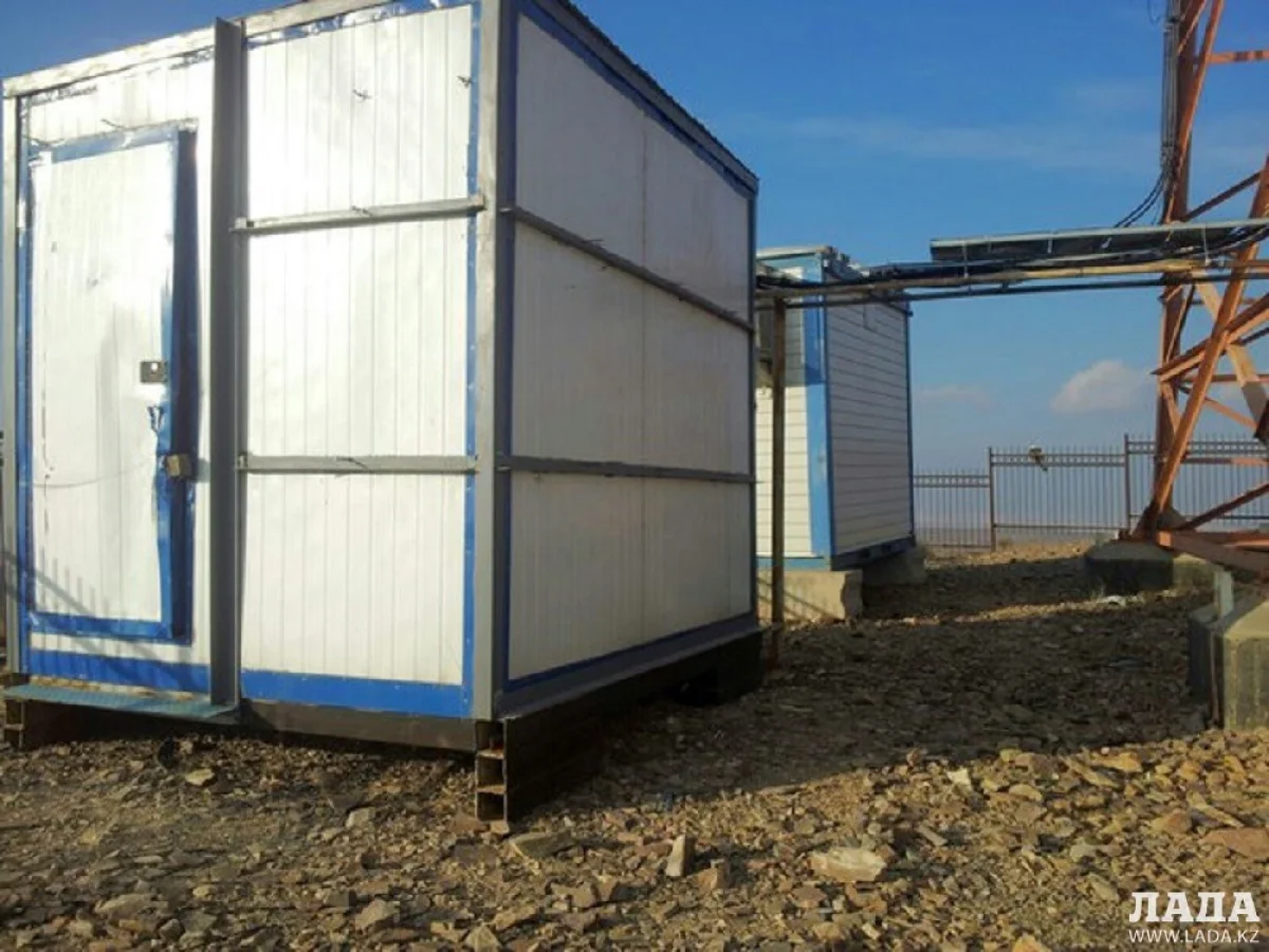 Контейнеры у вышки сотовой связи, откуда украли аккумуляторы. Фото ОВД Мангистауского района||news_pic_more|<!--TBegin--><a href="https://img.lada.kz/2015-11/1446632350_ssssssss.jpg" onclick="return hs.expand(this)" ><img align="left" src="https://img.lada.kz/2015-11/thumbs/1446632350_ssssssss.jpg" alt='Подозреваемых в краже аккумуляторов у компании «К-Mobile» задержала полиция Шетпе' title='Подозреваемых в краже аккумуляторов у компании «К-Mobile» задержала полиция Шетпе'  /></a><!--TEnd--><br /><!--TBegin--><a href="https://img.lada.kz/2015-11/1446632334_ssssssm.jpg" onclick="return hs.expand(this)" ><img align="left" src="https://img.lada.kz/2015-11/thumbs/1446632334_ssssssm.jpg" alt='Подозреваемых в краже аккумуляторов у компании «К-Mobile» задержала полиция Шетпе' title='Подозреваемых в краже аккумуляторов у компании «К-Mobile» задержала полиция Шетпе'  /></a><!--TEnd-->