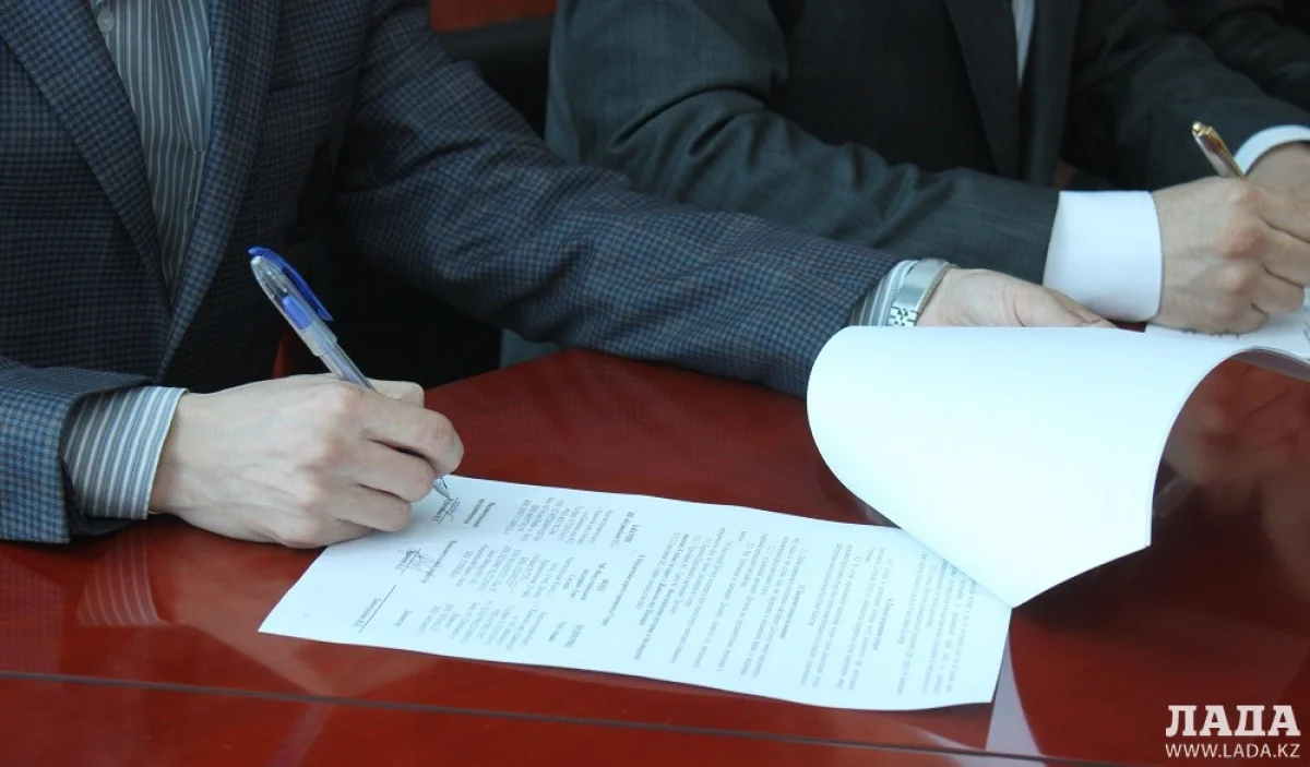 Подписание меморандума (архивное фото)