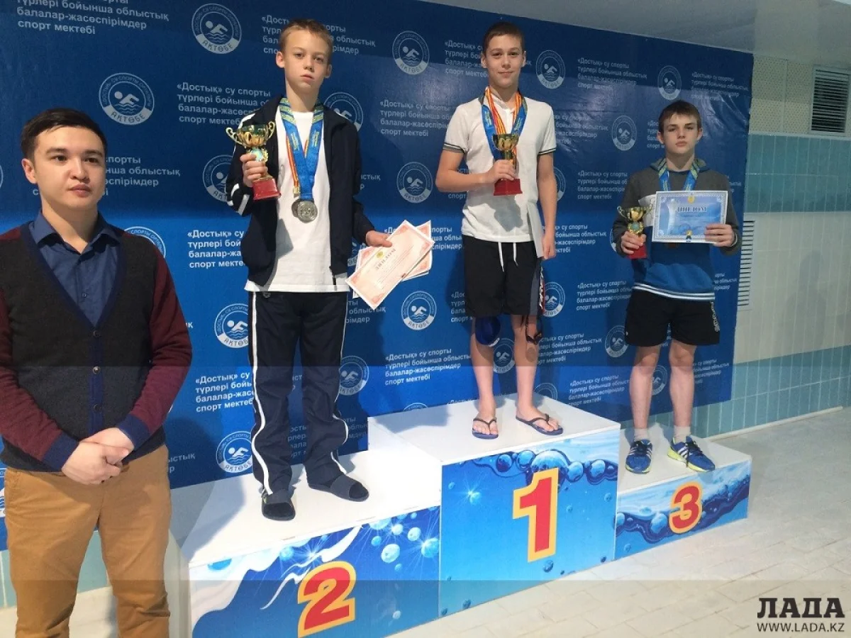 Андрей Агуцков занимает вторую ступень пьедестала. Фото Александра Вайсброта