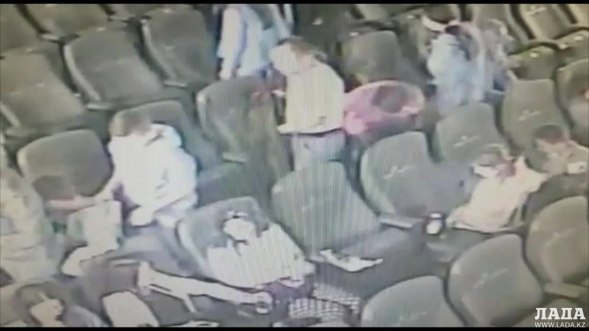 Присвоение телефона в кинотеатре