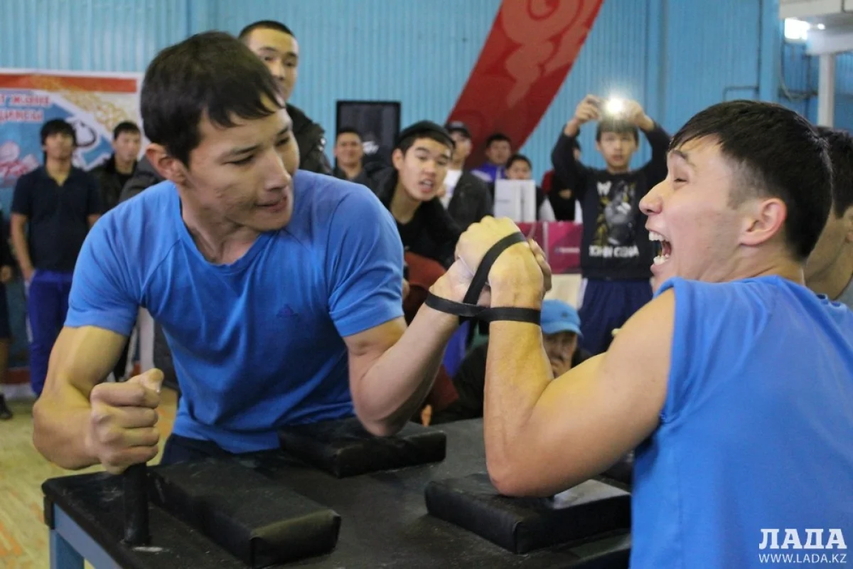 Ожесточенная борьба участников чемпионата||news_pic_more|<!--TBegin--><a href="https://img.lada.kz/2015-11/1447756413_img_6375.jpg" onclick="return hs.expand(this)" ><img src="https://img.lada.kz/2015-11/thumbs/1447756413_img_6375.jpg" alt='Абсолютным чемпионом Мангистауской области по армрестлингу стал Талгат Оспанов' title='Абсолютным чемпионом Мангистауской области по армрестлингу стал Талгат Оспанов'  /></a><!--TEnd--><br /><!--TBegin--><a href="https://img.lada.kz/2015-11/1447756374_img_6385.jpg" onclick="return hs.expand(this)" ><img src="https://img.lada.kz/2015-11/thumbs/1447756374_img_6385.jpg" alt='Абсолютным чемпионом Мангистауской области по армрестлингу стал Талгат Оспанов' title='Абсолютным чемпионом Мангистауской области по армрестлингу стал Талгат Оспанов'  /></a><!--TEnd--><br /><!--TBegin--><a href="https://img.lada.kz/2015-11/1447756375_img_6397.jpg" onclick="return hs.expand(this)" ><img src="https://img.lada.kz/2015-11/thumbs/1447756375_img_6397.jpg" alt='Абсолютным чемпионом Мангистауской области по армрестлингу стал Талгат Оспанов' title='Абсолютным чемпионом Мангистауской области по армрестлингу стал Талгат Оспанов'  /></a><!--TEnd--><br /><!--TBegin--><a href="https://img.lada.kz/2015-11/1447756438_img_6415.jpg" onclick="return hs.expand(this)" ><img src="https://img.lada.kz/2015-11/thumbs/1447756438_img_6415.jpg" alt='Абсолютным чемпионом Мангистауской области по армрестлингу стал Талгат Оспанов' title='Абсолютным чемпионом Мангистауской области по армрестлингу стал Талгат Оспанов'  /></a><!--TEnd--><br /><!--TBegin--><a href="https://img.lada.kz/2015-11/1447756450_img_6426.jpg" onclick="return hs.expand(this)" ><img src="https://img.lada.kz/2015-11/thumbs/1447756450_img_6426.jpg" alt='Абсолютным чемпионом Мангистауской области по армрестлингу стал Талгат Оспанов' title='Абсолютным чемпионом Мангистауской области по армрестлингу стал Талгат Оспанов'  /></a><!--TEnd--><br /><!--TBegin--><a href="https://img.lada.kz/2015-11/1447756370_img_6449.jpg" onclick="return hs.expand(this)" ><img src="https://img.lada.kz/2015-11/thumbs/1447756370_img_6449.jpg" alt='Абсолютным чемпионом Мангистауской области по армрестлингу стал Талгат Оспанов' title='Абсолютным чемпионом Мангистауской области по армрестлингу стал Талгат Оспанов'  /></a><!--TEnd--><br /><!--TBegin--><a href="https://img.lada.kz/2015-11/1447756391_img_6452.jpg" onclick="return hs.expand(this)" ><img src="https://img.lada.kz/2015-11/thumbs/1447756391_img_6452.jpg" alt='Абсолютным чемпионом Мангистауской области по армрестлингу стал Талгат Оспанов' title='Абсолютным чемпионом Мангистауской области по армрестлингу стал Талгат Оспанов'  /></a><!--TEnd--><br /><!--TBegin--><a href="https://img.lada.kz/2015-11/1447756389_img_6465.jpg" onclick="return hs.expand(this)" ><img src="https://img.lada.kz/2015-11/thumbs/1447756389_img_6465.jpg" alt='Абсолютным чемпионом Мангистауской области по армрестлингу стал Талгат Оспанов' title='Абсолютным чемпионом Мангистауской области по армрестлингу стал Талгат Оспанов'  /></a><!--TEnd--><br /><!--TBegin--><a href="https://img.lada.kz/2015-11/1447756426_img_6507.jpg" onclick="return hs.expand(this)" ><img src="https://img.lada.kz/2015-11/thumbs/1447756426_img_6507.jpg" alt='Абсолютным чемпионом Мангистауской области по армрестлингу стал Талгат Оспанов' title='Абсолютным чемпионом Мангистауской области по армрестлингу стал Талгат Оспанов'  /></a><!--TEnd--><br /><!--TBegin--><a href="https://img.lada.kz/2015-11/1447756424_img_6529.jpg" onclick="return hs.expand(this)" ><img src="https://img.lada.kz/2015-11/thumbs/1447756424_img_6529.jpg" alt='Абсолютным чемпионом Мангистауской области по армрестлингу стал Талгат Оспанов' title='Абсолютным чемпионом Мангистауской области по армрестлингу стал Талгат Оспанов'  /></a><!--TEnd--><br /><!--TBegin--><a href="https://img.lada.kz/2015-11/1447756368_img_6533.jpg" onclick="return hs.expand(this)" ><img src="https://img.lada.kz/2015-11/thumbs/1447756368_img_6533.jpg" alt='Абсолютным чемпионом Мангистауской области по армрестлингу стал Талгат Оспанов' title='Абсолютным чемпионом Мангистауской области по армрестлингу стал Талгат Оспанов'  /></a><!--TEnd--><br /><!--TBegin--><a href="https://img.lada.kz/2015-11/1447756419_img_6536.jpg" onclick="return hs.expand(this)" ><img src="https://img.lada.kz/2015-11/thumbs/1447756419_img_6536.jpg" alt='Абсолютным чемпионом Мангистауской области по армрестлингу стал Талгат Оспанов' title='Абсолютным чемпионом Мангистауской области по армрестлингу стал Талгат Оспанов'  /></a><!--TEnd--><br /><!--TBegin--><a href="https://img.lada.kz/2015-11/1447756362_img_6544.jpg" onclick="return hs.expand(this)" ><img src="https://img.lada.kz/2015-11/thumbs/1447756362_img_6544.jpg" alt='Абсолютным чемпионом Мангистауской области по армрестлингу стал Талгат Оспанов' title='Абсолютным чемпионом Мангистауской области по армрестлингу стал Талгат Оспанов'  /></a><!--TEnd--><br /><!--TBegin--><a href="https://img.lada.kz/2015-11/1447756396_img_6573.jpg" onclick="return hs.expand(this)" ><img src="https://img.lada.kz/2015-11/thumbs/1447756396_img_6573.jpg" alt='Абсолютным чемпионом Мангистауской области по армрестлингу стал Талгат Оспанов' title='Абсолютным чемпионом Мангистауской области по армрестлингу стал Талгат Оспанов'  /></a><!--TEnd--><br /><!--TBegin--><a href="https://img.lada.kz/2015-11/1447756423_img_6578.jpg" onclick="return hs.expand(this)" ><img src="https://img.lada.kz/2015-11/thumbs/1447756423_img_6578.jpg" alt='Абсолютным чемпионом Мангистауской области по армрестлингу стал Талгат Оспанов' title='Абсолютным чемпионом Мангистауской области по армрестлингу стал Талгат Оспанов'  /></a><!--TEnd--><br /><!--TBegin--><a href="https://img.lada.kz/2015-11/1447756439_img_6591.jpg" onclick="return hs.expand(this)" ><img src="https://img.lada.kz/2015-11/thumbs/1447756439_img_6591.jpg" alt='Абсолютным чемпионом Мангистауской области по армрестлингу стал Талгат Оспанов' title='Абсолютным чемпионом Мангистауской области по армрестлингу стал Талгат Оспанов'  /></a><!--TEnd--><br /><!--TBegin--><a href="https://img.lada.kz/2015-11/1447756414_img_6693.jpg" onclick="return hs.expand(this)" ><img src="https://img.lada.kz/2015-11/thumbs/1447756414_img_6693.jpg" alt='Абсолютным чемпионом Мангистауской области по армрестлингу стал Талгат Оспанов' title='Абсолютным чемпионом Мангистауской области по армрестлингу стал Талгат Оспанов'  /></a><!--TEnd--><br /><!--TBegin--><a href="https://img.lada.kz/2015-11/1447756385_img_6719.jpg" onclick="return hs.expand(this)" ><img src="https://img.lada.kz/2015-11/thumbs/1447756385_img_6719.jpg" alt='Абсолютным чемпионом Мангистауской области по армрестлингу стал Талгат Оспанов' title='Абсолютным чемпионом Мангистауской области по армрестлингу стал Талгат Оспанов'  /></a><!--TEnd--><br /><!--TBegin--><a href="https://img.lada.kz/2015-11/1447756426_img_6727.jpg" onclick="return hs.expand(this)" ><img src="https://img.lada.kz/2015-11/thumbs/1447756426_img_6727.jpg" alt='Абсолютным чемпионом Мангистауской области по армрестлингу стал Талгат Оспанов' title='Абсолютным чемпионом Мангистауской области по армрестлингу стал Талгат Оспанов'  /></a><!--TEnd--><br /><!--TBegin--><a href="https://img.lada.kz/2015-11/1447756463_img_6736.jpg" onclick="return hs.expand(this)" ><img src="https://img.lada.kz/2015-11/thumbs/1447756463_img_6736.jpg" alt='Абсолютным чемпионом Мангистауской области по армрестлингу стал Талгат Оспанов' title='Абсолютным чемпионом Мангистауской области по армрестлингу стал Талгат Оспанов'  /></a><!--TEnd--><br /><!--TBegin--><a href="https://img.lada.kz/2015-11/1447756440_img_6742.jpg" onclick="return hs.expand(this)" ><img src="https://img.lada.kz/2015-11/thumbs/1447756440_img_6742.jpg" alt='Абсолютным чемпионом Мангистауской области по армрестлингу стал Талгат Оспанов' title='Абсолютным чемпионом Мангистауской области по армрестлингу стал Талгат Оспанов'  /></a><!--TEnd--><br /><!--TBegin--><a href="https://img.lada.kz/2015-11/1447756468_img_6744.jpg" onclick="return hs.expand(this)" ><img src="https://img.lada.kz/2015-11/thumbs/1447756468_img_6744.jpg" alt='Абсолютным чемпионом Мангистауской области по армрестлингу стал Талгат Оспанов' title='Абсолютным чемпионом Мангистауской области по армрестлингу стал Талгат Оспанов'  /></a><!--TEnd--><br /><!--TBegin--><a href="https://img.lada.kz/2015-11/1447756412_img_6749.jpg" onclick="return hs.expand(this)" ><img src="https://img.lada.kz/2015-11/thumbs/1447756412_img_6749.jpg" alt='Абсолютным чемпионом Мангистауской области по армрестлингу стал Талгат Оспанов' title='Абсолютным чемпионом Мангистауской области по армрестлингу стал Талгат Оспанов'  /></a><!--TEnd--><br /><!--TBegin--><a href="https://img.lada.kz/2015-11/1447756384_img_6760.jpg" onclick="return hs.expand(this)" ><img src="https://img.lada.kz/2015-11/thumbs/1447756384_img_6760.jpg" alt='Абсолютным чемпионом Мангистауской области по армрестлингу стал Талгат Оспанов' title='Абсолютным чемпионом Мангистауской области по армрестлингу стал Талгат Оспанов'  /></a><!--TEnd--><br /><!--TBegin--><a href="https://img.lada.kz/2015-11/1447756401_img_6764.jpg" onclick="return hs.expand(this)" ><img src="https://img.lada.kz/2015-11/thumbs/1447756401_img_6764.jpg" alt='Абсолютным чемпионом Мангистауской области по армрестлингу стал Талгат Оспанов' title='Абсолютным чемпионом Мангистауской области по армрестлингу стал Талгат Оспанов'  /></a><!--TEnd--><br /><!--TBegin--><a href="https://img.lada.kz/2015-11/1447756397_img_6767.jpg" onclick="return hs.expand(this)" ><img src="https://img.lada.kz/2015-11/thumbs/1447756397_img_6767.jpg" alt='Абсолютным чемпионом Мангистауской области по армрестлингу стал Талгат Оспанов' title='Абсолютным чемпионом Мангистауской области по армрестлингу стал Талгат Оспанов'  /></a><!--TEnd--><br /><!--TBegin--><a href="https://img.lada.kz/2015-11/1447756465_img_6769.jpg" onclick="return hs.expand(this)" ><img src="https://img.lada.kz/2015-11/thumbs/1447756465_img_6769.jpg" alt='Абсолютным чемпионом Мангистауской области по армрестлингу стал Талгат Оспанов' title='Абсолютным чемпионом Мангистауской области по армрестлингу стал Талгат Оспанов'  /></a><!--TEnd--><br /><!--TBegin--><a href="https://img.lada.kz/2015-11/1447756461_img_6771.jpg" onclick="return hs.expand(this)" ><img src="https://img.lada.kz/2015-11/thumbs/1447756461_img_6771.jpg" alt='Абсолютным чемпионом Мангистауской области по армрестлингу стал Талгат Оспанов' title='Абсолютным чемпионом Мангистауской области по армрестлингу стал Талгат Оспанов'  /></a><!--TEnd--><br /><!--TBegin--><a href="https://img.lada.kz/2015-11/1447756386_img_6775.jpg" onclick="return hs.expand(this)" ><img src="https://img.lada.kz/2015-11/thumbs/1447756386_img_6775.jpg" alt='Абсолютным чемпионом Мангистауской области по армрестлингу стал Талгат Оспанов' title='Абсолютным чемпионом Мангистауской области по армрестлингу стал Талгат Оспанов'  /></a><!--TEnd--><br /><!--TBegin--><a href="https://img.lada.kz/2015-11/1447756438_img_6778.jpg" onclick="return hs.expand(this)" ><img src="https://img.lada.kz/2015-11/thumbs/1447756438_img_6778.jpg" alt='Абсолютным чемпионом Мангистауской области по армрестлингу стал Талгат Оспанов' title='Абсолютным чемпионом Мангистауской области по армрестлингу стал Талгат Оспанов'  /></a><!--TEnd--><br /><!--TBegin--><a href="https://img.lada.kz/2015-11/1447756394_img_6781.jpg" onclick="return hs.expand(this)" ><img src="https://img.lada.kz/2015-11/thumbs/1447756394_img_6781.jpg" alt='Абсолютным чемпионом Мангистауской области по армрестлингу стал Талгат Оспанов' title='Абсолютным чемпионом Мангистауской области по армрестлингу стал Талгат Оспанов'  /></a><!--TEnd--><br /><!--TBegin--><a href="https://img.lada.kz/2015-11/1447756443_img_6784.jpg" onclick="return hs.expand(this)" ><img src="https://img.lada.kz/2015-11/thumbs/1447756443_img_6784.jpg" alt='Абсолютным чемпионом Мангистауской области по армрестлингу стал Талгат Оспанов' title='Абсолютным чемпионом Мангистауской области по армрестлингу стал Талгат Оспанов'  /></a><!--TEnd--><br /><!--TBegin--><a href="https://img.lada.kz/2015-11/1447756471_img_6786.jpg" onclick="return hs.expand(this)" ><img src="https://img.lada.kz/2015-11/thumbs/1447756471_img_6786.jpg" alt='Абсолютным чемпионом Мангистауской области по армрестлингу стал Талгат Оспанов' title='Абсолютным чемпионом Мангистауской области по армрестлингу стал Талгат Оспанов'  /></a><!--TEnd-->