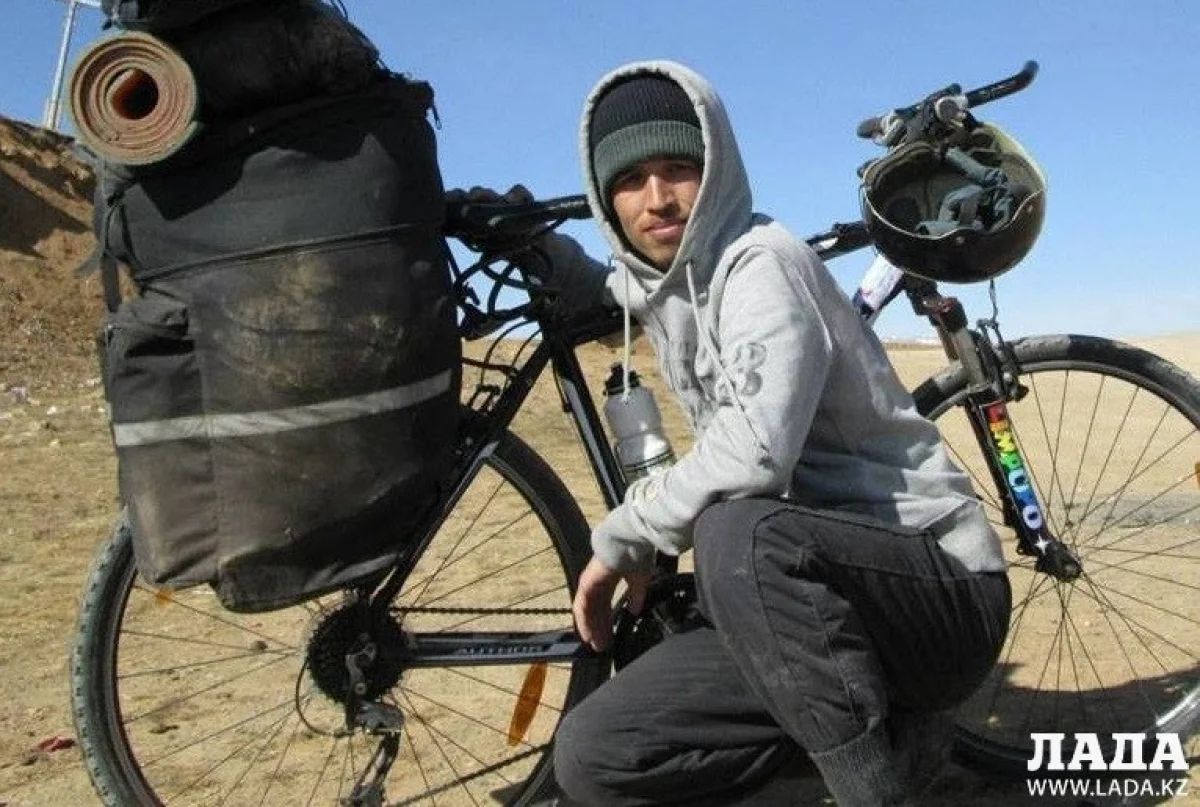 фото взяты со страницы Аскара Сызбаева в facebook