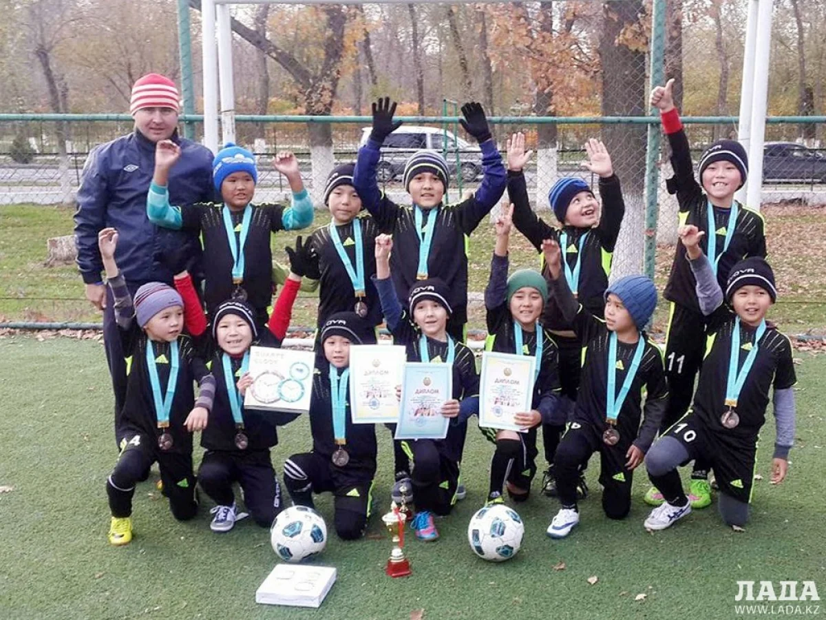 Евгений Басенко с командой ФК «Актау». Фото участников соревнований||news_pic_more|<!--TBegin--><a href="https://img.lada.kz/2015-12/1449054512_lada_007.jpg" onclick="return hs.expand(this)" ><img align="left" src="https://img.lada.kz/2015-12/thumbs/1449054512_lada_007.jpg" alt='Воспитанники футбольного клуба «Актау» приняли участие в трех турнирах' title='Воспитанники футбольного клуба «Актау» приняли участие в трех турнирах'  /></a><!--TEnd--><br /><!--TBegin--><a href="https://img.lada.kz/2015-12/1449054465_lada_001.jpg" onclick="return hs.expand(this)" ><img align="left" src="https://img.lada.kz/2015-12/thumbs/1449054465_lada_001.jpg" alt='Воспитанники футбольного клуба «Актау» приняли участие в трех турнирах' title='Воспитанники футбольного клуба «Актау» приняли участие в трех турнирах'  /></a><!--TEnd--><br /><!--TBegin--><a href="https://img.lada.kz/2015-12/1449054521_lada_002.jpg" onclick="return hs.expand(this)" ><img align="left" src="https://img.lada.kz/2015-12/thumbs/1449054521_lada_002.jpg" alt='Воспитанники футбольного клуба «Актау» приняли участие в трех турнирах' title='Воспитанники футбольного клуба «Актау» приняли участие в трех турнирах'  /></a><!--TEnd--><br /><!--TBegin--><a href="https://img.lada.kz/2015-12/1449054451_lada_003.jpg" onclick="return hs.expand(this)" ><img align="left" src="https://img.lada.kz/2015-12/thumbs/1449054451_lada_003.jpg" alt='Воспитанники футбольного клуба «Актау» приняли участие в трех турнирах' title='Воспитанники футбольного клуба «Актау» приняли участие в трех турнирах'  /></a><!--TEnd--><br /><!--TBegin--><a href="https://img.lada.kz/2015-12/1449054517_lada_006.jpg" onclick="return hs.expand(this)" ><img align="left" src="https://img.lada.kz/2015-12/thumbs/1449054517_lada_006.jpg" alt='Воспитанники футбольного клуба «Актау» приняли участие в трех турнирах' title='Воспитанники футбольного клуба «Актау» приняли участие в трех турнирах'  /></a><!--TEnd-->