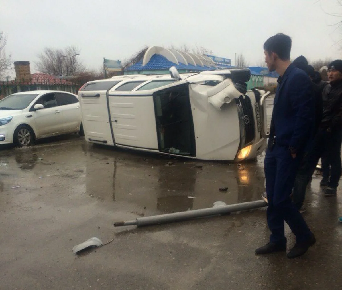 Фото пользователя lada.kz||news_pic_more|<!--TBegin--><a href="https://img.lada.kz/2015-12/1449234503_dzjnrdmhkoy.jpg" onclick="return hs.expand(this)" ><img align="left" src="https://img.lada.kz/2015-12/thumbs/1449234503_dzjnrdmhkoy.jpg" alt='На набережной Актау Toyota Hilux опрокинулся на бок' title='На набережной Актау Toyota Hilux опрокинулся на бок'  /></a><!--TEnd--><br /><!--TBegin--><a href="https://img.lada.kz/2015-12/1449234573_lamvvo2og_w.jpg" onclick="return hs.expand(this)" ><img align="left" src="https://img.lada.kz/2015-12/thumbs/1449234573_lamvvo2og_w.jpg" alt='На набережной Актау Toyota Hilux опрокинулся на бок' title='На набережной Актау Toyota Hilux опрокинулся на бок'  /></a><!--TEnd--><br /><!--TBegin--><a href="https://img.lada.kz/2015-12/1449241332__32ubmgiaym.jpg" onclick="return hs.expand(this)" ><img align="left" src="https://img.lada.kz/2015-12/thumbs/1449241332__32ubmgiaym.jpg" alt='На набережной Актау Toyota Hilux опрокинулся на бок' title='На набережной Актау Toyota Hilux опрокинулся на бок'  /></a><!--TEnd-->