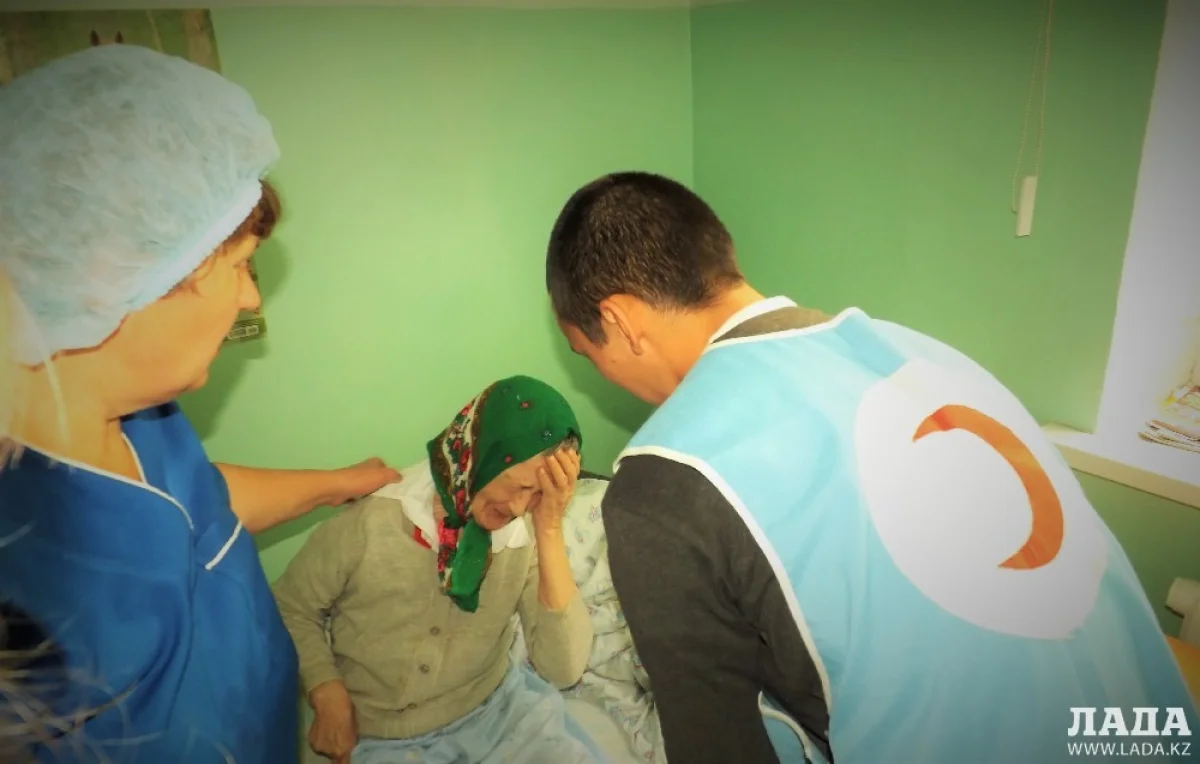 Фото предоставлено Юлией Гордиевской||news_pic_more|<!--TBegin--><a href="https://img.lada.kz/2015-12/1449284946_5-img_6216.jpg" onclick="return hs.expand(this)" ><img align="left" src="https://img.lada.kz/2015-12/thumbs/1449284946_5-img_6216.jpg" alt='Юлия Гордиевская: Быть волонтёром «Красного Полумесяца Казахстана» интересно и почётно' title='Юлия Гордиевская: Быть волонтёром «Красного Полумесяца Казахстана» интересно и почётно'  /></a><!--TEnd--><br /><!--TBegin--><a href="https://img.lada.kz/2015-12/1449284894_2-mg_4547.jpg" onclick="return hs.expand(this)" ><img align="left" src="https://img.lada.kz/2015-12/thumbs/1449284894_2-mg_4547.jpg" alt='Юлия Гордиевская: Быть волонтёром «Красного Полумесяца Казахстана» интересно и почётно' title='Юлия Гордиевская: Быть волонтёром «Красного Полумесяца Казахстана» интересно и почётно'  /></a><!--TEnd--><br /><!--TBegin--><a href="https://img.lada.kz/2015-12/1449284983_3img_0163.jpg" onclick="return hs.expand(this)" ><img align="left" src="https://img.lada.kz/2015-12/thumbs/1449284983_3img_0163.jpg" alt='Юлия Гордиевская: Быть волонтёром «Красного Полумесяца Казахстана» интересно и почётно' title='Юлия Гордиевская: Быть волонтёром «Красного Полумесяца Казахстана» интересно и почётно'  /></a><!--TEnd--><br /><!--TBegin--><a href="https://img.lada.kz/2015-12/1449284909_4.jpg" onclick="return hs.expand(this)" ><img align="left" src="https://img.lada.kz/2015-12/thumbs/1449284909_4.jpg" alt='Юлия Гордиевская: Быть волонтёром «Красного Полумесяца Казахстана» интересно и почётно' title='Юлия Гордиевская: Быть волонтёром «Красного Полумесяца Казахстана» интересно и почётно'  /></a><!--TEnd-->