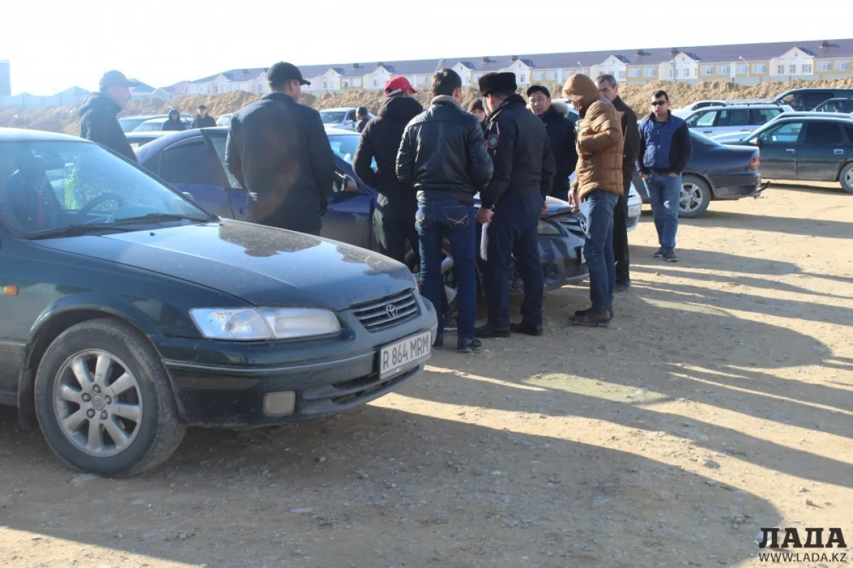 Авторынок||news_pic_more|<!--TBegin--><a href="https://img.lada.kz/2015-12/1449410504_2.jpg" onclick="return hs.expand(this)" ><img src="https://img.lada.kz/2015-12/thumbs/1449410504_2.jpg" alt='В Актау у авторынка продолжается конфликт между сотрудниками ДПС и автовладельцами' title='В Актау у авторынка продолжается конфликт между сотрудниками ДПС и автовладельцами'  /></a><!--TEnd--><br /><!--TBegin--><a href="https://img.lada.kz/2015-12/1449410469_3.jpg" onclick="return hs.expand(this)" ><img src="https://img.lada.kz/2015-12/thumbs/1449410469_3.jpg" alt='В Актау у авторынка продолжается конфликт между сотрудниками ДПС и автовладельцами' title='В Актау у авторынка продолжается конфликт между сотрудниками ДПС и автовладельцами'  /></a><!--TEnd--><br /><!--TBegin--><a href="https://img.lada.kz/2015-12/1449410471_5.jpg" onclick="return hs.expand(this)" ><img src="https://img.lada.kz/2015-12/thumbs/1449410471_5.jpg" alt='В Актау у авторынка продолжается конфликт между сотрудниками ДПС и автовладельцами' title='В Актау у авторынка продолжается конфликт между сотрудниками ДПС и автовладельцами'  /></a><!--TEnd--><br /><!--TBegin--><a href="https://img.lada.kz/2015-12/1449410517_6.jpg" onclick="return hs.expand(this)" ><img src="https://img.lada.kz/2015-12/thumbs/1449410517_6.jpg" alt='В Актау у авторынка продолжается конфликт между сотрудниками ДПС и автовладельцами' title='В Актау у авторынка продолжается конфликт между сотрудниками ДПС и автовладельцами'  /></a><!--TEnd--><br /><!--TBegin--><a href="https://img.lada.kz/2015-12/1449410514_7.jpg" onclick="return hs.expand(this)" ><img src="https://img.lada.kz/2015-12/thumbs/1449410514_7.jpg" alt='В Актау у авторынка продолжается конфликт между сотрудниками ДПС и автовладельцами' title='В Актау у авторынка продолжается конфликт между сотрудниками ДПС и автовладельцами'  /></a><!--TEnd--><br /><!--TBegin--><a href="https://img.lada.kz/2015-12/1449410444_8.jpg" onclick="return hs.expand(this)" ><img src="https://img.lada.kz/2015-12/thumbs/1449410444_8.jpg" alt='В Актау у авторынка продолжается конфликт между сотрудниками ДПС и автовладельцами' title='В Актау у авторынка продолжается конфликт между сотрудниками ДПС и автовладельцами'  /></a><!--TEnd--><br /><!--TBegin--><a href="https://img.lada.kz/2015-12/1449410516_holla_user_803664016.jpg" onclick="return hs.expand(this)" ><img src="https://img.lada.kz/2015-12/thumbs/1449410516_holla_user_803664016.jpg" alt='В Актау у авторынка продолжается конфликт между сотрудниками ДПС и автовладельцами' title='В Актау у авторынка продолжается конфликт между сотрудниками ДПС и автовладельцами'  /></a><!--TEnd-->