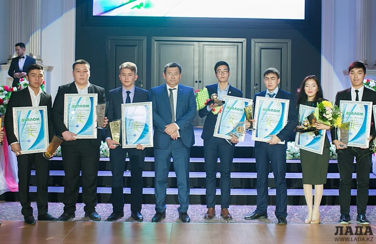 Награждение победителей. Фото предоставлено участниками конкурса.