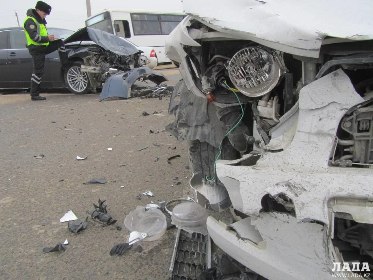 Место происшествия||news_pic_more|<!--TBegin--><a href="https://img.lada.kz/2015-12/1450183050_img_5197.jpg" onclick="return hs.expand(this)" ><img src="https://img.lada.kz/2015-12/thumbs/1450183050_img_5197.jpg" alt='На нерегулируемом перекрестке в Мангистау столкнулись три автомобиля' title='На нерегулируемом перекрестке в Мангистау столкнулись три автомобиля'  /></a><!--TEnd--><br /><!--TBegin--><a href="https://img.lada.kz/2015-12/1450182994_img_5198.jpg" onclick="return hs.expand(this)" ><img src="https://img.lada.kz/2015-12/thumbs/1450182994_img_5198.jpg" alt='На нерегулируемом перекрестке в Мангистау столкнулись три автомобиля' title='На нерегулируемом перекрестке в Мангистау столкнулись три автомобиля'  /></a><!--TEnd--><br /><!--TBegin--><a href="https://img.lada.kz/2015-12/1450183000_img_5199.jpg" onclick="return hs.expand(this)" ><img src="https://img.lada.kz/2015-12/thumbs/1450183000_img_5199.jpg" alt='На нерегулируемом перекрестке в Мангистау столкнулись три автомобиля' title='На нерегулируемом перекрестке в Мангистау столкнулись три автомобиля'  /></a><!--TEnd--><br /><!--TBegin--><a href="https://img.lada.kz/2015-12/1450183054_img_5201.jpg" onclick="return hs.expand(this)" ><img src="https://img.lada.kz/2015-12/thumbs/1450183054_img_5201.jpg" alt='На нерегулируемом перекрестке в Мангистау столкнулись три автомобиля' title='На нерегулируемом перекрестке в Мангистау столкнулись три автомобиля'  /></a><!--TEnd--><br /><!--TBegin--><a href="https://img.lada.kz/2015-12/1450182991_img_5202.jpg" onclick="return hs.expand(this)" ><img src="https://img.lada.kz/2015-12/thumbs/1450182991_img_5202.jpg" alt='На нерегулируемом перекрестке в Мангистау столкнулись три автомобиля' title='На нерегулируемом перекрестке в Мангистау столкнулись три автомобиля'  /></a><!--TEnd--><br /><!--TBegin--><a href="https://img.lada.kz/2015-12/1450183040_img_5203.jpg" onclick="return hs.expand(this)" ><img src="https://img.lada.kz/2015-12/thumbs/1450183040_img_5203.jpg" alt='На нерегулируемом перекрестке в Мангистау столкнулись три автомобиля' title='На нерегулируемом перекрестке в Мангистау столкнулись три автомобиля'  /></a><!--TEnd--><br /><!--TBegin--><a href="https://img.lada.kz/2015-12/1450183045_img_5204.jpg" onclick="return hs.expand(this)" ><img src="https://img.lada.kz/2015-12/thumbs/1450183045_img_5204.jpg" alt='На нерегулируемом перекрестке в Мангистау столкнулись три автомобиля' title='На нерегулируемом перекрестке в Мангистау столкнулись три автомобиля'  /></a><!--TEnd--><br /><!--TBegin--><a href="https://img.lada.kz/2015-12/1450183036_img_5208.jpg" onclick="return hs.expand(this)" ><img src="https://img.lada.kz/2015-12/thumbs/1450183036_img_5208.jpg" alt='На нерегулируемом перекрестке в Мангистау столкнулись три автомобиля' title='На нерегулируемом перекрестке в Мангистау столкнулись три автомобиля'  /></a><!--TEnd--><br /><!--TBegin--><a href="https://img.lada.kz/2015-12/1450183048_img_5209.jpg" onclick="return hs.expand(this)" ><img src="https://img.lada.kz/2015-12/thumbs/1450183048_img_5209.jpg" alt='На нерегулируемом перекрестке в Мангистау столкнулись три автомобиля' title='На нерегулируемом перекрестке в Мангистау столкнулись три автомобиля'  /></a><!--TEnd--><br /><!--TBegin--><a href="https://img.lada.kz/2015-12/1450183011_img_5215.jpg" onclick="return hs.expand(this)" ><img src="https://img.lada.kz/2015-12/thumbs/1450183011_img_5215.jpg" alt='На нерегулируемом перекрестке в Мангистау столкнулись три автомобиля' title='На нерегулируемом перекрестке в Мангистау столкнулись три автомобиля'  /></a><!--TEnd-->