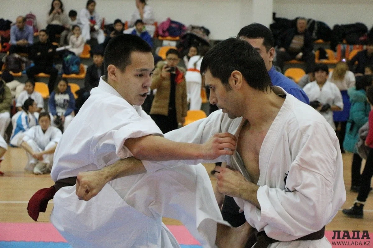 Полуфинальный поединок Рената Багирова из Актау (справа). Фото Кадырбека Айдарулы||news_pic_more|<!--TBegin--><a href="https://img.lada.kz/2015-12/1450257883_img_8530.jpg" onclick="return hs.expand(this)" ><img align="left" src="https://img.lada.kz/2015-12/thumbs/1450257883_img_8530.jpg" alt='Более 200 спортсменов выступают на чемпионате и кубке Казахстана по кекушинкай карате в Актау' title='Более 200 спортсменов выступают на чемпионате и кубке Казахстана по кекушинкай карате в Актау'  /></a><!--TEnd--><br /><!--TBegin--><a href="https://img.lada.kz/2015-12/1450257853_img_8546.jpg" onclick="return hs.expand(this)" ><img align="left" src="https://img.lada.kz/2015-12/thumbs/1450257853_img_8546.jpg" alt='Более 200 спортсменов выступают на чемпионате и кубке Казахстана по кекушинкай карате в Актау' title='Более 200 спортсменов выступают на чемпионате и кубке Казахстана по кекушинкай карате в Актау'  /></a><!--TEnd--><br /><!--TBegin--><a href="https://img.lada.kz/2015-12/1450257847_img_8553.jpg" onclick="return hs.expand(this)" ><img align="left" src="https://img.lada.kz/2015-12/thumbs/1450257847_img_8553.jpg" alt='Более 200 спортсменов выступают на чемпионате и кубке Казахстана по кекушинкай карате в Актау' title='Более 200 спортсменов выступают на чемпионате и кубке Казахстана по кекушинкай карате в Актау'  /></a><!--TEnd--><br /><!--TBegin--><a href="https://img.lada.kz/2015-12/1450257865_img_8557.jpg" onclick="return hs.expand(this)" ><img align="left" src="https://img.lada.kz/2015-12/thumbs/1450257865_img_8557.jpg" alt='Более 200 спортсменов выступают на чемпионате и кубке Казахстана по кекушинкай карате в Актау' title='Более 200 спортсменов выступают на чемпионате и кубке Казахстана по кекушинкай карате в Актау'  /></a><!--TEnd--><br /><!--TBegin--><a href="https://img.lada.kz/2015-12/1450257838_img_8565.jpg" onclick="return hs.expand(this)" ><img align="left" src="https://img.lada.kz/2015-12/thumbs/1450257838_img_8565.jpg" alt='Более 200 спортсменов выступают на чемпионате и кубке Казахстана по кекушинкай карате в Актау' title='Более 200 спортсменов выступают на чемпионате и кубке Казахстана по кекушинкай карате в Актау'  /></a><!--TEnd--><br /><!--TBegin--><a href="https://img.lada.kz/2015-12/1450257850_img_8611.jpg" onclick="return hs.expand(this)" ><img align="left" src="https://img.lada.kz/2015-12/thumbs/1450257850_img_8611.jpg" alt='Более 200 спортсменов выступают на чемпионате и кубке Казахстана по кекушинкай карате в Актау' title='Более 200 спортсменов выступают на чемпионате и кубке Казахстана по кекушинкай карате в Актау'  /></a><!--TEnd--><br /><!--TBegin--><a href="https://img.lada.kz/2015-12/1450257863_img_8623.jpg" onclick="return hs.expand(this)" ><img align="left" src="https://img.lada.kz/2015-12/thumbs/1450257863_img_8623.jpg" alt='Более 200 спортсменов выступают на чемпионате и кубке Казахстана по кекушинкай карате в Актау' title='Более 200 спортсменов выступают на чемпионате и кубке Казахстана по кекушинкай карате в Актау'  /></a><!--TEnd--><br /><!--TBegin--><a href="https://img.lada.kz/2015-12/1450257826_img_8634.jpg" onclick="return hs.expand(this)" ><img align="left" src="https://img.lada.kz/2015-12/thumbs/1450257826_img_8634.jpg" alt='Более 200 спортсменов выступают на чемпионате и кубке Казахстана по кекушинкай карате в Актау' title='Более 200 спортсменов выступают на чемпионате и кубке Казахстана по кекушинкай карате в Актау'  /></a><!--TEnd--><br /><!--TBegin--><a href="https://img.lada.kz/2015-12/1450257889_img_8640.jpg" onclick="return hs.expand(this)" ><img align="left" src="https://img.lada.kz/2015-12/thumbs/1450257889_img_8640.jpg" alt='Более 200 спортсменов выступают на чемпионате и кубке Казахстана по кекушинкай карате в Актау' title='Более 200 спортсменов выступают на чемпионате и кубке Казахстана по кекушинкай карате в Актау'  /></a><!--TEnd--><br /><!--TBegin--><a href="https://img.lada.kz/2015-12/1450257880_img_8741.jpg" onclick="return hs.expand(this)" ><img align="left" src="https://img.lada.kz/2015-12/thumbs/1450257880_img_8741.jpg" alt='Более 200 спортсменов выступают на чемпионате и кубке Казахстана по кекушинкай карате в Актау' title='Более 200 спортсменов выступают на чемпионате и кубке Казахстана по кекушинкай карате в Актау'  /></a><!--TEnd--><br /><!--TBegin--><a href="https://img.lada.kz/2015-12/1450257872_img_8752.jpg" onclick="return hs.expand(this)" ><img align="left" src="https://img.lada.kz/2015-12/thumbs/1450257872_img_8752.jpg" alt='Более 200 спортсменов выступают на чемпионате и кубке Казахстана по кекушинкай карате в Актау' title='Более 200 спортсменов выступают на чемпионате и кубке Казахстана по кекушинкай карате в Актау'  /></a><!--TEnd--><br /><!--TBegin--><a href="https://img.lada.kz/2015-12/1450257901_img_8756.jpg" onclick="return hs.expand(this)" ><img align="left" src="https://img.lada.kz/2015-12/thumbs/1450257901_img_8756.jpg" alt='Более 200 спортсменов выступают на чемпионате и кубке Казахстана по кекушинкай карате в Актау' title='Более 200 спортсменов выступают на чемпионате и кубке Казахстана по кекушинкай карате в Актау'  /></a><!--TEnd--><br /><!--TBegin--><a href="https://img.lada.kz/2015-12/1450257864_img_8760.jpg" onclick="return hs.expand(this)" ><img align="left" src="https://img.lada.kz/2015-12/thumbs/1450257864_img_8760.jpg" alt='Более 200 спортсменов выступают на чемпионате и кубке Казахстана по кекушинкай карате в Актау' title='Более 200 спортсменов выступают на чемпионате и кубке Казахстана по кекушинкай карате в Актау'  /></a><!--TEnd--><br /><!--TBegin--><a href="https://img.lada.kz/2015-12/1450257876_img_8791.jpg" onclick="return hs.expand(this)" ><img align="left" src="https://img.lada.kz/2015-12/thumbs/1450257876_img_8791.jpg" alt='Более 200 спортсменов выступают на чемпионате и кубке Казахстана по кекушинкай карате в Актау' title='Более 200 спортсменов выступают на чемпионате и кубке Казахстана по кекушинкай карате в Актау'  /></a><!--TEnd--><br /><!--TBegin--><a href="https://img.lada.kz/2015-12/1450257859_img_8793.jpg" onclick="return hs.expand(this)" ><img align="left" src="https://img.lada.kz/2015-12/thumbs/1450257859_img_8793.jpg" alt='Более 200 спортсменов выступают на чемпионате и кубке Казахстана по кекушинкай карате в Актау' title='Более 200 спортсменов выступают на чемпионате и кубке Казахстана по кекушинкай карате в Актау'  /></a><!--TEnd--><br /><!--TBegin--><a href="https://img.lada.kz/2015-12/1450257894_img_8802.jpg" onclick="return hs.expand(this)" ><img align="left" src="https://img.lada.kz/2015-12/thumbs/1450257894_img_8802.jpg" alt='Более 200 спортсменов выступают на чемпионате и кубке Казахстана по кекушинкай карате в Актау' title='Более 200 спортсменов выступают на чемпионате и кубке Казахстана по кекушинкай карате в Актау'  /></a><!--TEnd--><br /><!--TBegin--><a href="https://img.lada.kz/2015-12/1450257850_img_8809.jpg" onclick="return hs.expand(this)" ><img align="left" src="https://img.lada.kz/2015-12/thumbs/1450257850_img_8809.jpg" alt='Более 200 спортсменов выступают на чемпионате и кубке Казахстана по кекушинкай карате в Актау' title='Более 200 спортсменов выступают на чемпионате и кубке Казахстана по кекушинкай карате в Актау'  /></a><!--TEnd--><br /><!--TBegin--><a href="https://img.lada.kz/2015-12/1450257832_img_8812.jpg" onclick="return hs.expand(this)" ><img align="left" src="https://img.lada.kz/2015-12/thumbs/1450257832_img_8812.jpg" alt='Более 200 спортсменов выступают на чемпионате и кубке Казахстана по кекушинкай карате в Актау' title='Более 200 спортсменов выступают на чемпионате и кубке Казахстана по кекушинкай карате в Актау'  /></a><!--TEnd--><br /><!--TBegin--><a href="https://img.lada.kz/2015-12/1450257924_img_8817.jpg" onclick="return hs.expand(this)" ><img align="left" src="https://img.lada.kz/2015-12/thumbs/1450257924_img_8817.jpg" alt='Более 200 спортсменов выступают на чемпионате и кубке Казахстана по кекушинкай карате в Актау' title='Более 200 спортсменов выступают на чемпионате и кубке Казахстана по кекушинкай карате в Актау'  /></a><!--TEnd--><br /><!--TBegin--><a href="https://img.lada.kz/2015-12/1450257859_img_8818.jpg" onclick="return hs.expand(this)" ><img align="left" src="https://img.lada.kz/2015-12/thumbs/1450257859_img_8818.jpg" alt='Более 200 спортсменов выступают на чемпионате и кубке Казахстана по кекушинкай карате в Актау' title='Более 200 спортсменов выступают на чемпионате и кубке Казахстана по кекушинкай карате в Актау'  /></a><!--TEnd--><br /><!--TBegin--><a href="https://img.lada.kz/2015-12/1450257893_img_8821.jpg" onclick="return hs.expand(this)" ><img align="left" src="https://img.lada.kz/2015-12/thumbs/1450257893_img_8821.jpg" alt='Более 200 спортсменов выступают на чемпионате и кубке Казахстана по кекушинкай карате в Актау' title='Более 200 спортсменов выступают на чемпионате и кубке Казахстана по кекушинкай карате в Актау'  /></a><!--TEnd--><br /><!--TBegin--><a href="https://img.lada.kz/2015-12/1450257842_img_8822.jpg" onclick="return hs.expand(this)" ><img align="left" src="https://img.lada.kz/2015-12/thumbs/1450257842_img_8822.jpg" alt='Более 200 спортсменов выступают на чемпионате и кубке Казахстана по кекушинкай карате в Актау' title='Более 200 спортсменов выступают на чемпионате и кубке Казахстана по кекушинкай карате в Актау'  /></a><!--TEnd--><br /><!--TBegin--><a href="https://img.lada.kz/2015-12/1450257903_img_8824.jpg" onclick="return hs.expand(this)" ><img align="left" src="https://img.lada.kz/2015-12/thumbs/1450257903_img_8824.jpg" alt='Более 200 спортсменов выступают на чемпионате и кубке Казахстана по кекушинкай карате в Актау' title='Более 200 спортсменов выступают на чемпионате и кубке Казахстана по кекушинкай карате в Актау'  /></a><!--TEnd--><br /><!--TBegin--><a href="https://img.lada.kz/2015-12/1450257912_img_8828.jpg" onclick="return hs.expand(this)" ><img align="left" src="https://img.lada.kz/2015-12/thumbs/1450257912_img_8828.jpg" alt='Более 200 спортсменов выступают на чемпионате и кубке Казахстана по кекушинкай карате в Актау' title='Более 200 спортсменов выступают на чемпионате и кубке Казахстана по кекушинкай карате в Актау'  /></a><!--TEnd--><br /><!--TBegin--><a href="https://img.lada.kz/2015-12/1450257869_img_8832.jpg" onclick="return hs.expand(this)" ><img align="left" src="https://img.lada.kz/2015-12/thumbs/1450257869_img_8832.jpg" alt='Более 200 спортсменов выступают на чемпионате и кубке Казахстана по кекушинкай карате в Актау' title='Более 200 спортсменов выступают на чемпионате и кубке Казахстана по кекушинкай карате в Актау'  /></a><!--TEnd--><br /><!--TBegin--><a href="https://img.lada.kz/2015-12/1450257859_img_8833.jpg" onclick="return hs.expand(this)" ><img align="left" src="https://img.lada.kz/2015-12/thumbs/1450257859_img_8833.jpg" alt='Более 200 спортсменов выступают на чемпионате и кубке Казахстана по кекушинкай карате в Актау' title='Более 200 спортсменов выступают на чемпионате и кубке Казахстана по кекушинкай карате в Актау'  /></a><!--TEnd--><br /><!--TBegin--><a href="https://img.lada.kz/2015-12/1450257906_img_8874.jpg" onclick="return hs.expand(this)" ><img align="left" src="https://img.lada.kz/2015-12/thumbs/1450257906_img_8874.jpg" alt='Более 200 спортсменов выступают на чемпионате и кубке Казахстана по кекушинкай карате в Актау' title='Более 200 спортсменов выступают на чемпионате и кубке Казахстана по кекушинкай карате в Актау'  /></a><!--TEnd--><br /><!--TBegin--><a href="https://img.lada.kz/2015-12/1450257916_img_8846.jpg" onclick="return hs.expand(this)" ><img align="left" src="https://img.lada.kz/2015-12/thumbs/1450257916_img_8846.jpg" alt='Более 200 спортсменов выступают на чемпионате и кубке Казахстана по кекушинкай карате в Актау' title='Более 200 спортсменов выступают на чемпионате и кубке Казахстана по кекушинкай карате в Актау'  /></a><!--TEnd--><br /><!--TBegin--><a href="https://img.lada.kz/2015-12/1450257879_img_8847.jpg" onclick="return hs.expand(this)" ><img align="left" src="https://img.lada.kz/2015-12/thumbs/1450257879_img_8847.jpg" alt='Более 200 спортсменов выступают на чемпионате и кубке Казахстана по кекушинкай карате в Актау' title='Более 200 спортсменов выступают на чемпионате и кубке Казахстана по кекушинкай карате в Актау'  /></a><!--TEnd--><br /><!--TBegin--><a href="https://img.lada.kz/2015-12/1450257938_img_8850.jpg" onclick="return hs.expand(this)" ><img align="left" src="https://img.lada.kz/2015-12/thumbs/1450257938_img_8850.jpg" alt='Более 200 спортсменов выступают на чемпионате и кубке Казахстана по кекушинкай карате в Актау' title='Более 200 спортсменов выступают на чемпионате и кубке Казахстана по кекушинкай карате в Актау'  /></a><!--TEnd--><br /><!--TBegin--><a href="https://img.lada.kz/2015-12/1450257868_img_8851.jpg" onclick="return hs.expand(this)" ><img align="left" src="https://img.lada.kz/2015-12/thumbs/1450257868_img_8851.jpg" alt='Более 200 спортсменов выступают на чемпионате и кубке Казахстана по кекушинкай карате в Актау' title='Более 200 спортсменов выступают на чемпионате и кубке Казахстана по кекушинкай карате в Актау'  /></a><!--TEnd--><br /><!--TBegin--><a href="https://img.lada.kz/2015-12/1450257911_img_8873.jpg" onclick="return hs.expand(this)" ><img align="left" src="https://img.lada.kz/2015-12/thumbs/1450257911_img_8873.jpg" alt='Более 200 спортсменов выступают на чемпионате и кубке Казахстана по кекушинкай карате в Актау' title='Более 200 спортсменов выступают на чемпионате и кубке Казахстана по кекушинкай карате в Актау'  /></a><!--TEnd--><br /><!--TBegin--><a href="https://img.lada.kz/2015-12/1450257876_img_8968.jpg" onclick="return hs.expand(this)" ><img align="left" src="https://img.lada.kz/2015-12/thumbs/1450257876_img_8968.jpg" alt='Более 200 спортсменов выступают на чемпионате и кубке Казахстана по кекушинкай карате в Актау' title='Более 200 спортсменов выступают на чемпионате и кубке Казахстана по кекушинкай карате в Актау'  /></a><!--TEnd--><br /><!--TBegin--><a href="https://img.lada.kz/2015-12/1450257868_img_8888.jpg" onclick="return hs.expand(this)" ><img align="left" src="https://img.lada.kz/2015-12/thumbs/1450257868_img_8888.jpg" alt='Более 200 спортсменов выступают на чемпионате и кубке Казахстана по кекушинкай карате в Актау' title='Более 200 спортсменов выступают на чемпионате и кубке Казахстана по кекушинкай карате в Актау'  /></a><!--TEnd--><br /><!--TBegin--><a href="https://img.lada.kz/2015-12/1450257895_img_8909.jpg" onclick="return hs.expand(this)" ><img align="left" src="https://img.lada.kz/2015-12/thumbs/1450257895_img_8909.jpg" alt='Более 200 спортсменов выступают на чемпионате и кубке Казахстана по кекушинкай карате в Актау' title='Более 200 спортсменов выступают на чемпионате и кубке Казахстана по кекушинкай карате в Актау'  /></a><!--TEnd--><br /><!--TBegin--><a href="https://img.lada.kz/2015-12/1450257937_img_8929.jpg" onclick="return hs.expand(this)" ><img align="left" src="https://img.lada.kz/2015-12/thumbs/1450257937_img_8929.jpg" alt='Более 200 спортсменов выступают на чемпионате и кубке Казахстана по кекушинкай карате в Актау' title='Более 200 спортсменов выступают на чемпионате и кубке Казахстана по кекушинкай карате в Актау'  /></a><!--TEnd--><br /><!--TBegin--><a href="https://img.lada.kz/2015-12/1450257884_img_8932.jpg" onclick="return hs.expand(this)" ><img align="left" src="https://img.lada.kz/2015-12/thumbs/1450257884_img_8932.jpg" alt='Более 200 спортсменов выступают на чемпионате и кубке Казахстана по кекушинкай карате в Актау' title='Более 200 спортсменов выступают на чемпионате и кубке Казахстана по кекушинкай карате в Актау'  /></a><!--TEnd-->