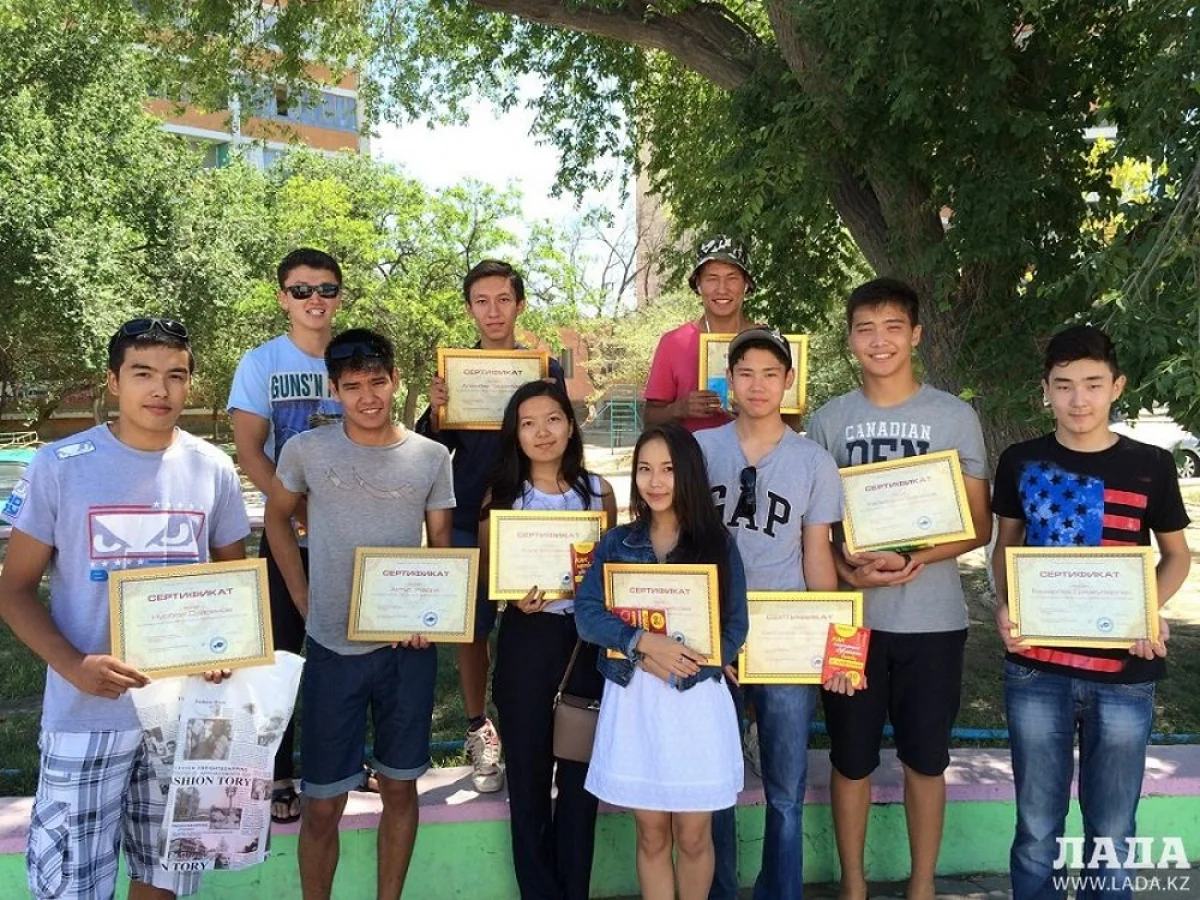 Выпускники школы ораторов. Фото предоставлено Кайратом Хасановым