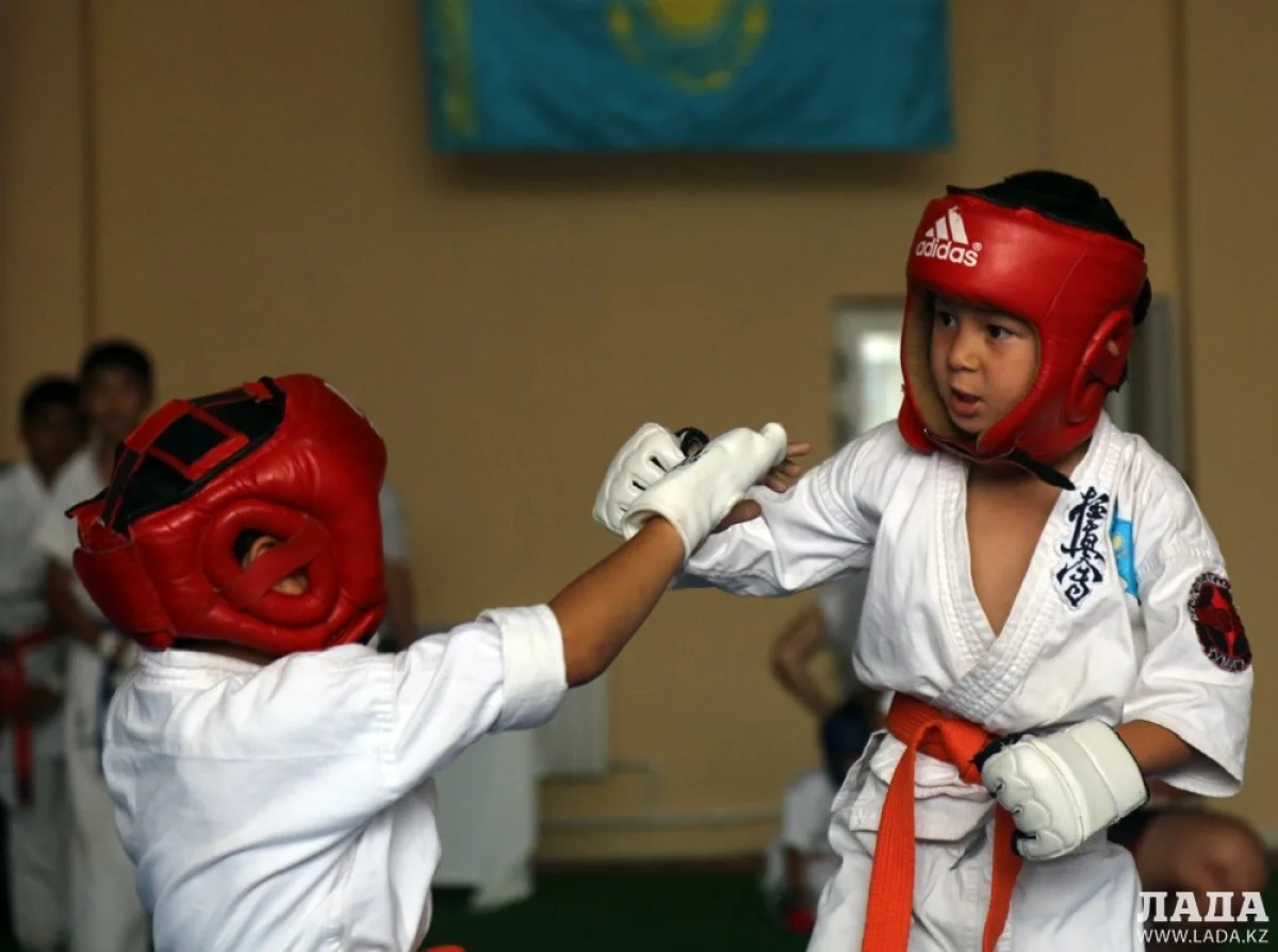 Количество юных каратистов растет. Фото автора
