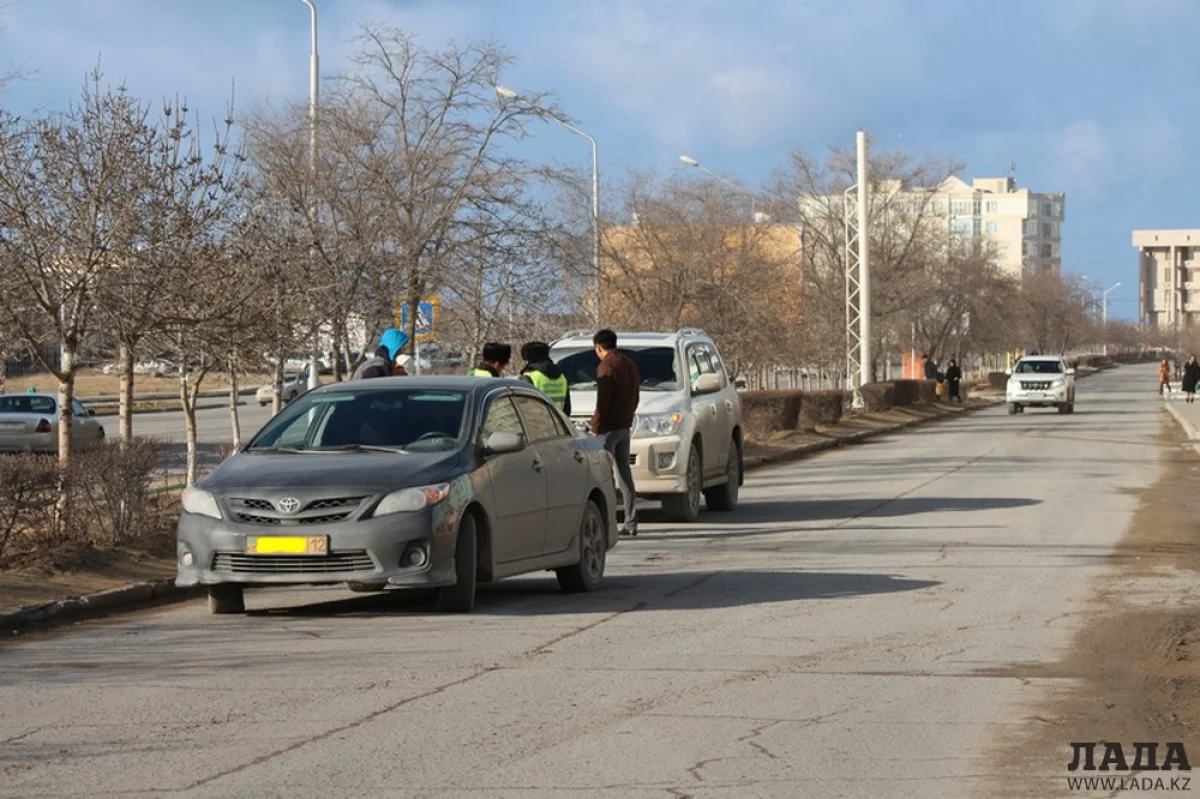 Фото Рашида Исмагилова||news_pic_more|<!--TBegin--><a href="https://img.lada.kz/2015-12/1450950180_4.jpg" onclick="return hs.expand(this)" ><img align="left" src="https://img.lada.kz/2015-12/thumbs/1450950180_4.jpg" alt='В Актау водитель Toyota Corolla сбил 12-летнего подростка' title='В Актау водитель Toyota Corolla сбил 12-летнего подростка'  /></a><!--TEnd-->