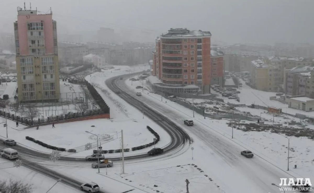 Снег в Актау. Фото из архива «Лады»